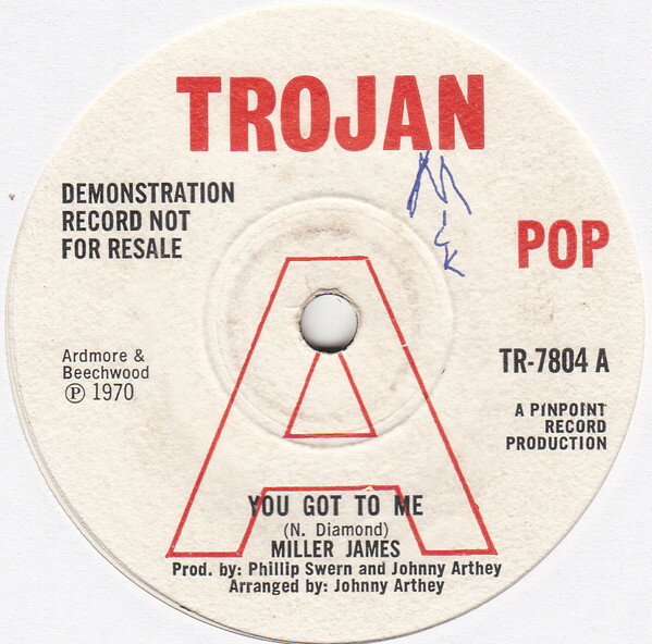 ・アーティスト Miller James ・タイトル You Got To Me ・レーベル・型番 Trojan Records TR7804PROMO ・フォーマット 7インチレコード ・コンディション(盤) 良い (VG+) ・コンディション(ジャケット) ・コンディション(帯) オビなし ・特記事項 【プロモ盤】 【盤に目立った跡】【盤にヘアライン】 サンプル画像です。実際の商品の画像ではありません 商品写真はバーコード/カタログ番号に対応したサンプル画像ですので、お送りする商品の画像ではありません。帯やライナーなどの付属品は、特記事項に記載されている場合のみ含まれます。プロモやカラーレコードなどの仕様についても、該当する場合のみ特記事項に記載しています。 【ご購入前に必ずご確認ください】 ・本店サイト(www.recordcity.jp)とは価格、送料が違います ・本店サイト、その他支店のオーダーとは同梱発送できません ・注文確定後に別の注文を頂いた場合、注文同士の同梱は致しかねます。 ・別倉庫から発送しているため、店頭受け渡しは対応しておりません ・一部商品は他の通販サイトでも販売しているため、ご注文のタイミングによっては商品のご用意ができない場合がございます。 ・土日祝日はお休みです 金曜・祝前日9時以降のご連絡またはご入金は、返答または発送が週明け・祝日明けに順次対応となります。 ・ご購入後のキャンセル不可 ご購入後のキャンセルはいかなる理由においてもお受けできません。ご了承の上、ご購入くださいませ。 ・日本郵便(ゆうパック/ゆうメール)によるお届けになります。 ・中古品であることをご理解ください 当ストアでは中古商品を主に販売しております。中古品であることをご理解の上ご購入ください。また、一部商品はRecordCityオンラインストアで試聴可能です。 ・返品について お客様のご都合による返品は一切承っておりません。 表記の内容と実際の商品に相違がある場合、また針飛び等で返品・返金をご希望される場合は、商品の到着後1週間以内にご連絡ください。商品の返送をこちらで確認後、キャンセル・返金を行います。 コンディションVG以下の商品は返品できません。プレイに影響のない表面のこすれ傷、プレス起因のノイズ盤は返品の対象外です。 【コンディション表記】 ・ほぼ新品(M-)(Like New) 完全な新品。未使用。当店ではほぼ使用しません ・非常に良い(EX)(Excellent) 中古盤として美品な状態。わずかな経年を感じるものの傷みを感じさせない、当店基準で最高の状態 ・良い(VG+)(Very Good Plus) 丁寧に扱われた中古品で、軽い使用感がみられる。 ・可(VG)(Acceptable) 使い込まれた中古品で、「良い」よりもさらに使用感がみられる。 ・悪い(VG-)(Bad) 状態が悪いアイテム。使用の保障はなく、再生不可、針飛び、目立つノイズがあるかもしれない。状態によるクレーム不可。返品不可。 ・非常に悪い(G)(Very Bad) 「悪い」よりさらに状態が悪いアイテム。使用の保障はなく、再生不可、針飛び、目立つノイズがあるかもしれない。状態によるクレーム不可。返品不可。 ・ジャンク(Fair)(Junk/Fair) 割れている、反っている、水ダメージがある、カビ、ジャケットが分離している、ひどい書き込み、ひどい擦れなど最低の状態。使用の保障はなく、再生不可、針飛び、目立つノイズがあるかもしれない。状態によるクレーム不可。返品不可。 ・ジャンク(Poor)(Junk/Poor) 割れている、反っている、水ダメージがある、カビ、ジャケットが分離している、ひどい書き込み、ひどい擦れなど最低の状態。使用の保障はなく、再生不可、針飛び、目立つノイズがあるかもしれない。状態によるクレーム不可。返品不可。