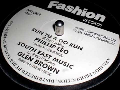 ・アーティスト Various ・タイトル Run Yu A Go Run / None A Jah Jah Children ・レーベル・型番 Fashion Records DOT005 ・フォーマット 10インチレコード ・コンディション(盤) 良い (VG+) ・コンディション(ジャケット) ・コンディション(帯) オビなし ・特記事項 【盤にヘアライン】 サンプル画像です。実際の商品の画像ではありません 商品写真はバーコード/カタログ番号に対応したサンプル画像ですので、お送りする商品の画像ではありません。帯やライナーなどの付属品は、特記事項に記載されている場合のみ含まれます。プロモやカラーレコードなどの仕様についても、該当する場合のみ特記事項に記載しています。 【ご購入前に必ずご確認ください】 ・本店サイト(www.recordcity.jp)とは価格、送料が違います ・本店サイト、その他支店のオーダーとは同梱発送できません ・注文確定後に別の注文を頂いた場合、注文同士の同梱は致しかねます。 ・別倉庫から発送しているため、店頭受け渡しは対応しておりません ・一部商品は他の通販サイトでも販売しているため、ご注文のタイミングによっては商品のご用意ができない場合がございます。 ・土日祝日はお休みです 金曜・祝前日9時以降のご連絡またはご入金は、返答または発送が週明け・祝日明けに順次対応となります。 ・ご購入後のキャンセル不可 ご購入後のキャンセルはいかなる理由においてもお受けできません。ご了承の上、ご購入くださいませ。 ・日本郵便(ゆうパック/ゆうメール)によるお届けになります。 ・中古品であることをご理解ください 当ストアでは中古商品を主に販売しております。中古品であることをご理解の上ご購入ください。また、一部商品はRecordCityオンラインストアで試聴可能です。 ・返品について お客様のご都合による返品は一切承っておりません。 表記の内容と実際の商品に相違がある場合、また針飛び等で返品・返金をご希望される場合は、商品の到着後1週間以内にご連絡ください。商品の返送をこちらで確認後、キャンセル・返金を行います。 コンディションVG以下の商品は返品できません。プレイに影響のない表面のこすれ傷、プレス起因のノイズ盤は返品の対象外です。 【コンディション表記】 ・ほぼ新品(M-)(Like New) 完全な新品。未使用。当店ではほぼ使用しません ・非常に良い(EX)(Excellent) 中古盤として美品な状態。わずかな経年を感じるものの傷みを感じさせない、当店基準で最高の状態 ・良い(VG+)(Very Good Plus) 丁寧に扱われた中古品で、軽い使用感がみられる。 ・可(VG)(Acceptable) 使い込まれた中古品で、「良い」よりもさらに使用感がみられる。 ・悪い(VG-)(Bad) 状態が悪いアイテム。使用の保障はなく、再生不可、針飛び、目立つノイズがあるかもしれない。状態によるクレーム不可。返品不可。 ・非常に悪い(G)(Very Bad) 「悪い」よりさらに状態が悪いアイテム。使用の保障はなく、再生不可、針飛び、目立つノイズがあるかもしれない。状態によるクレーム不可。返品不可。 ・ジャンク(Fair)(Junk/Fair) 割れている、反っている、水ダメージがある、カビ、ジャケットが分離している、ひどい書き込み、ひどい擦れなど最低の状態。使用の保障はなく、再生不可、針飛び、目立つノイズがあるかもしれない。状態によるクレーム不可。返品不可。 ・ジャンク(Poor)(Junk/Poor) 割れている、反っている、水ダメージがある、カビ、ジャケットが分離している、ひどい書き込み、ひどい擦れなど最低の状態。使用の保障はなく、再生不可、針飛び、目立つノイズがあるかもしれない。状態によるクレーム不可。返品不可。