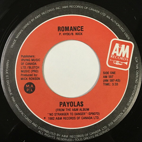 ・アーティスト Payola$ ・タイトル Romance ・レーベル・型番 A&M AM597 ・フォーマット 7インチレコード ・コンディション(盤) 良い (VG+) ・コンディション(ジャケット) プレインカバー（元ジャケット／カバー無し） ・コンディション(帯) オビなし ・特記事項 サンプル画像です。実際の商品の画像ではありません 商品写真はバーコード/カタログ番号に対応したサンプル画像ですので、お送りする商品の画像ではありません。帯やライナーなどの付属品は、特記事項に記載されている場合のみ含まれます。プロモやカラーレコードなどの仕様についても、該当する場合のみ特記事項に記載しています。 【ご購入前に必ずご確認ください】 ・本店サイト(www.recordcity.jp)とは価格、送料が違います ・本店サイト、その他支店のオーダーとは同梱発送できません ・注文確定後に別の注文を頂いた場合、注文同士の同梱は致しかねます。 ・別倉庫から発送しているため、店頭受け渡しは対応しておりません ・一部商品は他の通販サイトでも販売しているため、ご注文のタイミングによっては商品のご用意ができない場合がございます。 ・土日祝日はお休みです 金曜・祝前日9時以降のご連絡またはご入金は、返答または発送が週明け・祝日明けに順次対応となります。 ・ご購入後のキャンセル不可 ご購入後のキャンセルはいかなる理由においてもお受けできません。ご了承の上、ご購入くださいませ。 ・日本郵便(ゆうパック/ゆうメール)によるお届けになります。 ・中古品であることをご理解ください 当ストアでは中古商品を主に販売しております。中古品であることをご理解の上ご購入ください。また、一部商品はRecordCityオンラインストアで試聴可能です。 ・返品について お客様のご都合による返品は一切承っておりません。 表記の内容と実際の商品に相違がある場合、また針飛び等で返品・返金をご希望される場合は、商品の到着後1週間以内にご連絡ください。商品の返送をこちらで確認後、キャンセル・返金を行います。 コンディションVG以下の商品は返品できません。プレイに影響のない表面のこすれ傷、プレス起因のノイズ盤は返品の対象外です。 【コンディション表記】 ・ほぼ新品(M-)(Like New) 完全な新品。未使用。当店ではほぼ使用しません ・非常に良い(EX)(Excellent) 中古盤として美品な状態。わずかな経年を感じるものの傷みを感じさせない、当店基準で最高の状態 ・良い(VG+)(Very Good Plus) 丁寧に扱われた中古品で、軽い使用感がみられる。 ・可(VG)(Acceptable) 使い込まれた中古品で、「良い」よりもさらに使用感がみられる。 ・悪い(VG-)(Bad) 状態が悪いアイテム。使用の保障はなく、再生不可、針飛び、目立つノイズがあるかもしれない。状態によるクレーム不可。返品不可。 ・非常に悪い(G)(Very Bad) 「悪い」よりさらに状態が悪いアイテム。使用の保障はなく、再生不可、針飛び、目立つノイズがあるかもしれない。状態によるクレーム不可。返品不可。 ・ジャンク(Fair)(Junk/Fair) 割れている、反っている、水ダメージがある、カビ、ジャケットが分離している、ひどい書き込み、ひどい擦れなど最低の状態。使用の保障はなく、再生不可、針飛び、目立つノイズがあるかもしれない。状態によるクレーム不可。返品不可。 ・ジャンク(Poor)(Junk/Poor) 割れている、反っている、水ダメージがある、カビ、ジャケットが分離している、ひどい書き込み、ひどい擦れなど最低の状態。使用の保障はなく、再生不可、針飛び、目立つノイズがあるかもしれない。状態によるクレーム不可。返品不可。
