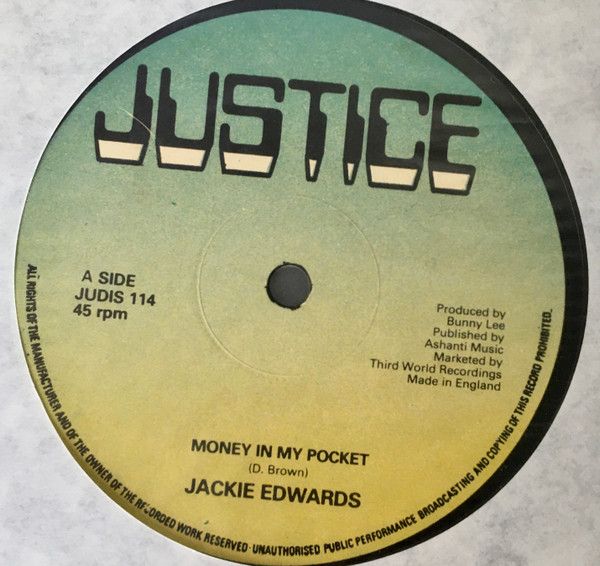 ・アーティスト Jackie Edwards ・タイトル Money In My Pocket / Sad News ・レーベル・型番 Justice (2) JUDIS114 ・フォーマット 12インチレコード ・コンディション(盤) 良い (VG+) ・コンディション(ジャケット) プレインカバー（元ジャケット／カバー無し） ・コンディション(帯) オビなし ・特記事項 【company sleeve】 サンプル画像です。実際の商品の画像ではありません 商品写真はバーコード/カタログ番号に対応したサンプル画像ですので、お送りする商品の画像ではありません。帯やライナーなどの付属品は、特記事項に記載されている場合のみ含まれます。プロモやカラーレコードなどの仕様についても、該当する場合のみ特記事項に記載しています。 【ご購入前に必ずご確認ください】 ・本店サイト(www.recordcity.jp)とは価格、送料が違います ・本店サイト、その他支店のオーダーとは同梱発送できません ・注文確定後に別の注文を頂いた場合、注文同士の同梱は致しかねます。 ・別倉庫から発送しているため、店頭受け渡しは対応しておりません ・一部商品は他の通販サイトでも販売しているため、ご注文のタイミングによっては商品のご用意ができない場合がございます。 ・土日祝日はお休みです 金曜・祝前日9時以降のご連絡またはご入金は、返答または発送が週明け・祝日明けに順次対応となります。 ・ご購入後のキャンセル不可 ご購入後のキャンセルはいかなる理由においてもお受けできません。ご了承の上、ご購入くださいませ。 ・日本郵便(ゆうパック/ゆうメール)によるお届けになります。 ・中古品であることをご理解ください 当ストアでは中古商品を主に販売しております。中古品であることをご理解の上ご購入ください。また、一部商品はRecordCityオンラインストアで試聴可能です。 ・返品について お客様のご都合による返品は一切承っておりません。 表記の内容と実際の商品に相違がある場合、また針飛び等で返品・返金をご希望される場合は、商品の到着後1週間以内にご連絡ください。商品の返送をこちらで確認後、キャンセル・返金を行います。 コンディションVG以下の商品は返品できません。プレイに影響のない表面のこすれ傷、プレス起因のノイズ盤は返品の対象外です。 【コンディション表記】 ・ほぼ新品(M-)(Like New) 完全な新品。未使用。当店ではほぼ使用しません ・非常に良い(EX)(Excellent) 中古盤として美品な状態。わずかな経年を感じるものの傷みを感じさせない、当店基準で最高の状態 ・良い(VG+)(Very Good Plus) 丁寧に扱われた中古品で、軽い使用感がみられる。 ・可(VG)(Acceptable) 使い込まれた中古品で、「良い」よりもさらに使用感がみられる。 ・悪い(VG-)(Bad) 状態が悪いアイテム。使用の保障はなく、再生不可、針飛び、目立つノイズがあるかもしれない。状態によるクレーム不可。返品不可。 ・非常に悪い(G)(Very Bad) 「悪い」よりさらに状態が悪いアイテム。使用の保障はなく、再生不可、針飛び、目立つノイズがあるかもしれない。状態によるクレーム不可。返品不可。 ・ジャンク(Fair)(Junk/Fair) 割れている、反っている、水ダメージがある、カビ、ジャケットが分離している、ひどい書き込み、ひどい擦れなど最低の状態。使用の保障はなく、再生不可、針飛び、目立つノイズがあるかもしれない。状態によるクレーム不可。返品不可。 ・ジャンク(Poor)(Junk/Poor) 割れている、反っている、水ダメージがある、カビ、ジャケットが分離している、ひどい書き込み、ひどい擦れなど最低の状態。使用の保障はなく、再生不可、針飛び、目立つノイズがあるかもしれない。状態によるクレーム不可。返品不可。