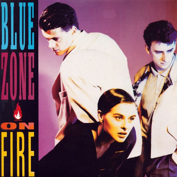 ・アーティスト Blue Zone ・タイトル On Fire ・レーベル・型番 Arista, Rockin' Horse Records RH116 ・フォーマット 7インチレコード ・コンディション(盤) 非常に良い(EX) ・コンディション(ジャケット) 良い (VG+) ・コンディション(帯) オビなし ・特記事項 【カバー汚れ】 サンプル画像です。実際の商品の画像ではありません 商品写真はバーコード/カタログ番号に対応したサンプル画像ですので、お送りする商品の画像ではありません。帯やライナーなどの付属品は、特記事項に記載されている場合のみ含まれます。プロモやカラーレコードなどの仕様についても、該当する場合のみ特記事項に記載しています。 【ご購入前に必ずご確認ください】 ・本店サイト(www.recordcity.jp)とは価格、送料が違います ・本店サイト、その他支店のオーダーとは同梱発送できません ・注文確定後に別の注文を頂いた場合、注文同士の同梱は致しかねます。 ・別倉庫から発送しているため、店頭受け渡しは対応しておりません ・一部商品は他の通販サイトでも販売しているため、ご注文のタイミングによっては商品のご用意ができない場合がございます。 ・土日祝日はお休みです 金曜・祝前日9時以降のご連絡またはご入金は、返答または発送が週明け・祝日明けに順次対応となります。 ・ご購入後のキャンセル不可 ご購入後のキャンセルはいかなる理由においてもお受けできません。ご了承の上、ご購入くださいませ。 ・日本郵便(ゆうパック/ゆうメール)によるお届けになります。 ・中古品であることをご理解ください 当ストアでは中古商品を主に販売しております。中古品であることをご理解の上ご購入ください。また、一部商品はRecordCityオンラインストアで試聴可能です。 ・返品について お客様のご都合による返品は一切承っておりません。 表記の内容と実際の商品に相違がある場合、また針飛び等で返品・返金をご希望される場合は、商品の到着後1週間以内にご連絡ください。商品の返送をこちらで確認後、キャンセル・返金を行います。 コンディションVG以下の商品は返品できません。プレイに影響のない表面のこすれ傷、プレス起因のノイズ盤は返品の対象外です。 【コンディション表記】 ・ほぼ新品(M-)(Like New) 完全な新品。未使用。当店ではほぼ使用しません ・非常に良い(EX)(Excellent) 中古盤として美品な状態。わずかな経年を感じるものの傷みを感じさせない、当店基準で最高の状態 ・良い(VG+)(Very Good Plus) 丁寧に扱われた中古品で、軽い使用感がみられる。 ・可(VG)(Acceptable) 使い込まれた中古品で、「良い」よりもさらに使用感がみられる。 ・悪い(VG-)(Bad) 状態が悪いアイテム。使用の保障はなく、再生不可、針飛び、目立つノイズがあるかもしれない。状態によるクレーム不可。返品不可。 ・非常に悪い(G)(Very Bad) 「悪い」よりさらに状態が悪いアイテム。使用の保障はなく、再生不可、針飛び、目立つノイズがあるかもしれない。状態によるクレーム不可。返品不可。 ・ジャンク(Fair)(Junk/Fair) 割れている、反っている、水ダメージがある、カビ、ジャケットが分離している、ひどい書き込み、ひどい擦れなど最低の状態。使用の保障はなく、再生不可、針飛び、目立つノイズがあるかもしれない。状態によるクレーム不可。返品不可。 ・ジャンク(Poor)(Junk/Poor) 割れている、反っている、水ダメージがある、カビ、ジャケットが分離している、ひどい書き込み、ひどい擦れなど最低の状態。使用の保障はなく、再生不可、針飛び、目立つノイズがあるかもしれない。状態によるクレーム不可。返品不可。