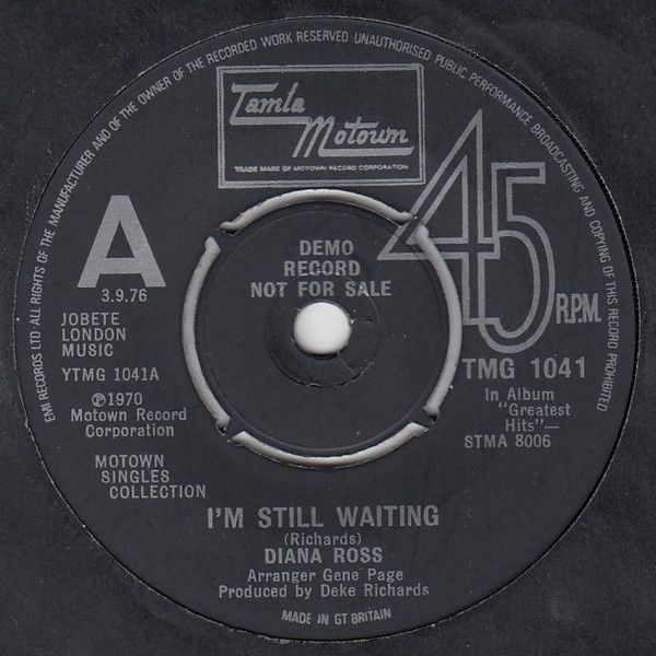 ・アーティスト Diana Ross ・タイトル I'm Still Waiting / Touch Me In The Morning ・レーベル・型番 Tamla Motown TMG1041 ・フォーマット 7インチレコード ・コンディション(盤) 非常に良い(EX) ・コンディション(ジャケット) プレインカバー（元ジャケット／カバー無し） ・コンディション(帯) オビなし ・特記事項 【company sleeve】 サンプル画像です。実際の商品の画像ではありません 商品写真はバーコード/カタログ番号に対応したサンプル画像ですので、お送りする商品の画像ではありません。帯やライナーなどの付属品は、特記事項に記載されている場合のみ含まれます。プロモやカラーレコードなどの仕様についても、該当する場合のみ特記事項に記載しています。 【ご購入前に必ずご確認ください】 ・本店サイト(www.recordcity.jp)とは価格、送料が違います ・本店サイト、その他支店のオーダーとは同梱発送できません ・注文確定後に別の注文を頂いた場合、注文同士の同梱は致しかねます。 ・別倉庫から発送しているため、店頭受け渡しは対応しておりません ・一部商品は他の通販サイトでも販売しているため、ご注文のタイミングによっては商品のご用意ができない場合がございます。 ・土日祝日はお休みです 金曜・祝前日9時以降のご連絡またはご入金は、返答または発送が週明け・祝日明けに順次対応となります。 ・ご購入後のキャンセル不可 ご購入後のキャンセルはいかなる理由においてもお受けできません。ご了承の上、ご購入くださいませ。 ・日本郵便(ゆうパック/ゆうメール)によるお届けになります。 ・中古品であることをご理解ください 当ストアでは中古商品を主に販売しております。中古品であることをご理解の上ご購入ください。また、一部商品はRecordCityオンラインストアで試聴可能です。 ・返品について お客様のご都合による返品は一切承っておりません。 表記の内容と実際の商品に相違がある場合、また針飛び等で返品・返金をご希望される場合は、商品の到着後1週間以内にご連絡ください。商品の返送をこちらで確認後、キャンセル・返金を行います。 コンディションVG以下の商品は返品できません。プレイに影響のない表面のこすれ傷、プレス起因のノイズ盤は返品の対象外です。 【コンディション表記】 ・ほぼ新品(M-)(Like New) 完全な新品。未使用。当店ではほぼ使用しません ・非常に良い(EX)(Excellent) 中古盤として美品な状態。わずかな経年を感じるものの傷みを感じさせない、当店基準で最高の状態 ・良い(VG+)(Very Good Plus) 丁寧に扱われた中古品で、軽い使用感がみられる。 ・可(VG)(Acceptable) 使い込まれた中古品で、「良い」よりもさらに使用感がみられる。 ・悪い(VG-)(Bad) 状態が悪いアイテム。使用の保障はなく、再生不可、針飛び、目立つノイズがあるかもしれない。状態によるクレーム不可。返品不可。 ・非常に悪い(G)(Very Bad) 「悪い」よりさらに状態が悪いアイテム。使用の保障はなく、再生不可、針飛び、目立つノイズがあるかもしれない。状態によるクレーム不可。返品不可。 ・ジャンク(Fair)(Junk/Fair) 割れている、反っている、水ダメージがある、カビ、ジャケットが分離している、ひどい書き込み、ひどい擦れなど最低の状態。使用の保障はなく、再生不可、針飛び、目立つノイズがあるかもしれない。状態によるクレーム不可。返品不可。 ・ジャンク(Poor)(Junk/Poor) 割れている、反っている、水ダメージがある、カビ、ジャケットが分離している、ひどい書き込み、ひどい擦れなど最低の状態。使用の保障はなく、再生不可、針飛び、目立つノイズがあるかもしれない。状態によるクレーム不可。返品不可。