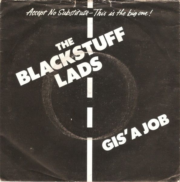 ・アーティスト Blackstuff Lads ・タイトル Gis' A Job / Yozzer's Rap ・レーベル・型番 State Records (3) STAT118 ・フォーマット 7インチレコード ・コンディション(盤) 良い (VG+) ・コンディション(ジャケット) 良い (VG+) ・コンディション(帯) オビなし ・特記事項 【盤に浅い跡】【company sleeve】 サンプル画像です。実際の商品の画像ではありません 商品写真はバーコード/カタログ番号に対応したサンプル画像ですので、お送りする商品の画像ではありません。帯やライナーなどの付属品は、特記事項に記載されている場合のみ含まれます。プロモやカラーレコードなどの仕様についても、該当する場合のみ特記事項に記載しています。 【ご購入前に必ずご確認ください】 ・本店サイト(www.recordcity.jp)とは価格、送料が違います ・本店サイト、その他支店のオーダーとは同梱発送できません ・注文確定後に別の注文を頂いた場合、注文同士の同梱は致しかねます。 ・別倉庫から発送しているため、店頭受け渡しは対応しておりません ・一部商品は他の通販サイトでも販売しているため、ご注文のタイミングによっては商品のご用意ができない場合がございます。 ・土日祝日はお休みです 金曜・祝前日9時以降のご連絡またはご入金は、返答または発送が週明け・祝日明けに順次対応となります。 ・ご購入後のキャンセル不可 ご購入後のキャンセルはいかなる理由においてもお受けできません。ご了承の上、ご購入くださいませ。 ・日本郵便(ゆうパック/ゆうメール)によるお届けになります。 ・中古品であることをご理解ください 当ストアでは中古商品を主に販売しております。中古品であることをご理解の上ご購入ください。また、一部商品はRecordCityオンラインストアで試聴可能です。 ・返品について お客様のご都合による返品は一切承っておりません。 表記の内容と実際の商品に相違がある場合、また針飛び等で返品・返金をご希望される場合は、商品の到着後1週間以内にご連絡ください。商品の返送をこちらで確認後、キャンセル・返金を行います。 コンディションVG以下の商品は返品できません。プレイに影響のない表面のこすれ傷、プレス起因のノイズ盤は返品の対象外です。 【コンディション表記】 ・ほぼ新品(M-)(Like New) 完全な新品。未使用。当店ではほぼ使用しません ・非常に良い(EX)(Excellent) 中古盤として美品な状態。わずかな経年を感じるものの傷みを感じさせない、当店基準で最高の状態 ・良い(VG+)(Very Good Plus) 丁寧に扱われた中古品で、軽い使用感がみられる。 ・可(VG)(Acceptable) 使い込まれた中古品で、「良い」よりもさらに使用感がみられる。 ・悪い(VG-)(Bad) 状態が悪いアイテム。使用の保障はなく、再生不可、針飛び、目立つノイズがあるかもしれない。状態によるクレーム不可。返品不可。 ・非常に悪い(G)(Very Bad) 「悪い」よりさらに状態が悪いアイテム。使用の保障はなく、再生不可、針飛び、目立つノイズがあるかもしれない。状態によるクレーム不可。返品不可。 ・ジャンク(Fair)(Junk/Fair) 割れている、反っている、水ダメージがある、カビ、ジャケットが分離している、ひどい書き込み、ひどい擦れなど最低の状態。使用の保障はなく、再生不可、針飛び、目立つノイズがあるかもしれない。状態によるクレーム不可。返品不可。 ・ジャンク(Poor)(Junk/Poor) 割れている、反っている、水ダメージがある、カビ、ジャケットが分離している、ひどい書き込み、ひどい擦れなど最低の状態。使用の保障はなく、再生不可、針飛び、目立つノイズがあるかもしれない。状態によるクレーム不可。返品不可。