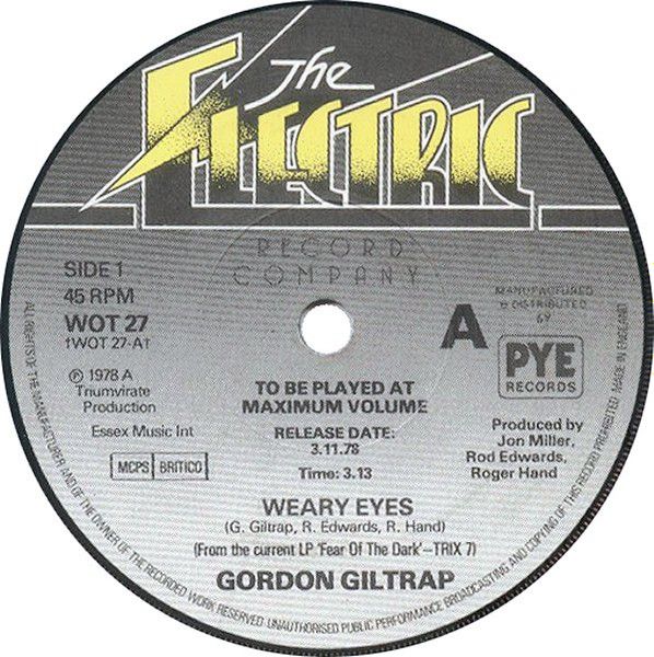 ・アーティスト Gordon Giltrap ・タイトル Weary Eyes ・レーベル・型番 The Electric Record Company WOT27PROMO ・フォーマット 7インチレコード ・コンディション(盤) 非常に良い(EX) ・コンディション(ジャケット) プレインカバー（元ジャケット／カバー無し） ・コンディション(帯) オビなし ・特記事項 サンプル画像です。実際の商品の画像ではありません 商品写真はバーコード/カタログ番号に対応したサンプル画像ですので、お送りする商品の画像ではありません。帯やライナーなどの付属品は、特記事項に記載されている場合のみ含まれます。プロモやカラーレコードなどの仕様についても、該当する場合のみ特記事項に記載しています。 【ご購入前に必ずご確認ください】 ・本店サイト(www.recordcity.jp)とは価格、送料が違います ・本店サイト、その他支店のオーダーとは同梱発送できません ・注文確定後に別の注文を頂いた場合、注文同士の同梱は致しかねます。 ・別倉庫から発送しているため、店頭受け渡しは対応しておりません ・一部商品は他の通販サイトでも販売しているため、ご注文のタイミングによっては商品のご用意ができない場合がございます。 ・土日祝日はお休みです 金曜・祝前日9時以降のご連絡またはご入金は、返答または発送が週明け・祝日明けに順次対応となります。 ・ご購入後のキャンセル不可 ご購入後のキャンセルはいかなる理由においてもお受けできません。ご了承の上、ご購入くださいませ。 ・日本郵便(ゆうパック/ゆうメール)によるお届けになります。 ・中古品であることをご理解ください 当ストアでは中古商品を主に販売しております。中古品であることをご理解の上ご購入ください。また、一部商品はRecordCityオンラインストアで試聴可能です。 ・返品について お客様のご都合による返品は一切承っておりません。 表記の内容と実際の商品に相違がある場合、また針飛び等で返品・返金をご希望される場合は、商品の到着後1週間以内にご連絡ください。商品の返送をこちらで確認後、キャンセル・返金を行います。 コンディションVG以下の商品は返品できません。プレイに影響のない表面のこすれ傷、プレス起因のノイズ盤は返品の対象外です。 【コンディション表記】 ・ほぼ新品(M-)(Like New) 完全な新品。未使用。当店ではほぼ使用しません ・非常に良い(EX)(Excellent) 中古盤として美品な状態。わずかな経年を感じるものの傷みを感じさせない、当店基準で最高の状態 ・良い(VG+)(Very Good Plus) 丁寧に扱われた中古品で、軽い使用感がみられる。 ・可(VG)(Acceptable) 使い込まれた中古品で、「良い」よりもさらに使用感がみられる。 ・悪い(VG-)(Bad) 状態が悪いアイテム。使用の保障はなく、再生不可、針飛び、目立つノイズがあるかもしれない。状態によるクレーム不可。返品不可。 ・非常に悪い(G)(Very Bad) 「悪い」よりさらに状態が悪いアイテム。使用の保障はなく、再生不可、針飛び、目立つノイズがあるかもしれない。状態によるクレーム不可。返品不可。 ・ジャンク(Fair)(Junk/Fair) 割れている、反っている、水ダメージがある、カビ、ジャケットが分離している、ひどい書き込み、ひどい擦れなど最低の状態。使用の保障はなく、再生不可、針飛び、目立つノイズがあるかもしれない。状態によるクレーム不可。返品不可。 ・ジャンク(Poor)(Junk/Poor) 割れている、反っている、水ダメージがある、カビ、ジャケットが分離している、ひどい書き込み、ひどい擦れなど最低の状態。使用の保障はなく、再生不可、針飛び、目立つノイズがあるかもしれない。状態によるクレーム不可。返品不可。