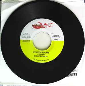 ・アーティスト Ed Robinson ・タイトル Heaven's Door ・レーベル・型番 Michigan Records NONE ・フォーマット 7インチレコード ・コンディション(盤) 良い (VG+) ・コンディション(ジャケット) プレインカバー（元ジャケット／カバー無し） ・コンディション(帯) オビなし ・特記事項 【盤に目立った跡】【盤汚れ】 サンプル画像です。実際の商品の画像ではありません 商品写真はバーコード/カタログ番号に対応したサンプル画像ですので、お送りする商品の画像ではありません。帯やライナーなどの付属品は、特記事項に記載されている場合のみ含まれます。プロモやカラーレコードなどの仕様についても、該当する場合のみ特記事項に記載しています。 【ご購入前に必ずご確認ください】 ・本店サイト(www.recordcity.jp)とは価格、送料が違います ・本店サイト、その他支店のオーダーとは同梱発送できません ・注文確定後に別の注文を頂いた場合、注文同士の同梱は致しかねます。 ・別倉庫から発送しているため、店頭受け渡しは対応しておりません ・一部商品は他の通販サイトでも販売しているため、ご注文のタイミングによっては商品のご用意ができない場合がございます。 ・土日祝日はお休みです 金曜・祝前日9時以降のご連絡またはご入金は、返答または発送が週明け・祝日明けに順次対応となります。 ・ご購入後のキャンセル不可 ご購入後のキャンセルはいかなる理由においてもお受けできません。ご了承の上、ご購入くださいませ。 ・日本郵便(ゆうパック/ゆうメール)によるお届けになります。 ・中古品であることをご理解ください 当ストアでは中古商品を主に販売しております。中古品であることをご理解の上ご購入ください。また、一部商品はRecordCityオンラインストアで試聴可能です。 ・返品について お客様のご都合による返品は一切承っておりません。 表記の内容と実際の商品に相違がある場合、また針飛び等で返品・返金をご希望される場合は、商品の到着後1週間以内にご連絡ください。商品の返送をこちらで確認後、キャンセル・返金を行います。 コンディションVG以下の商品は返品できません。プレイに影響のない表面のこすれ傷、プレス起因のノイズ盤は返品の対象外です。 【コンディション表記】 ・ほぼ新品(M-)(Like New) 完全な新品。未使用。当店ではほぼ使用しません ・非常に良い(EX)(Excellent) 中古盤として美品な状態。わずかな経年を感じるものの傷みを感じさせない、当店基準で最高の状態 ・良い(VG+)(Very Good Plus) 丁寧に扱われた中古品で、軽い使用感がみられる。 ・可(VG)(Acceptable) 使い込まれた中古品で、「良い」よりもさらに使用感がみられる。 ・悪い(VG-)(Bad) 状態が悪いアイテム。使用の保障はなく、再生不可、針飛び、目立つノイズがあるかもしれない。状態によるクレーム不可。返品不可。 ・非常に悪い(G)(Very Bad) 「悪い」よりさらに状態が悪いアイテム。使用の保障はなく、再生不可、針飛び、目立つノイズがあるかもしれない。状態によるクレーム不可。返品不可。 ・ジャンク(Fair)(Junk/Fair) 割れている、反っている、水ダメージがある、カビ、ジャケットが分離している、ひどい書き込み、ひどい擦れなど最低の状態。使用の保障はなく、再生不可、針飛び、目立つノイズがあるかもしれない。状態によるクレーム不可。返品不可。 ・ジャンク(Poor)(Junk/Poor) 割れている、反っている、水ダメージがある、カビ、ジャケットが分離している、ひどい書き込み、ひどい擦れなど最低の状態。使用の保障はなく、再生不可、針飛び、目立つノイズがあるかもしれない。状態によるクレーム不可。返品不可。