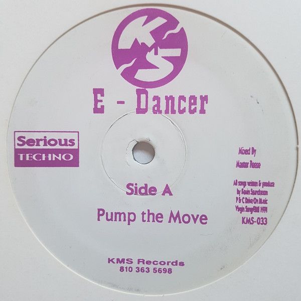 ・アーティスト E-Dancer ・タイトル Pump The Move / Grab The Beat ・レーベル・型番 KMS KMS033 ・フォーマット 12インチレコード ・コンディション(盤) 良い (VG+) ・コンディション(ジャケット) プレインカバー（元ジャケット／カバー無し） ・コンディション(帯) オビなし ・特記事項 【盤に浅い跡】【盤に小さいキズ】 サンプル画像です。実際の商品の画像ではありません 商品写真はバーコード/カタログ番号に対応したサンプル画像ですので、お送りする商品の画像ではありません。帯やライナーなどの付属品は、特記事項に記載されている場合のみ含まれます。プロモやカラーレコードなどの仕様についても、該当する場合のみ特記事項に記載しています。 【ご購入前に必ずご確認ください】 ・本店サイト(www.recordcity.jp)とは価格、送料が違います ・本店サイト、その他支店のオーダーとは同梱発送できません ・注文確定後に別の注文を頂いた場合、注文同士の同梱は致しかねます。 ・別倉庫から発送しているため、店頭受け渡しは対応しておりません ・一部商品は他の通販サイトでも販売しているため、ご注文のタイミングによっては商品のご用意ができない場合がございます。 ・土日祝日はお休みです 金曜・祝前日9時以降のご連絡またはご入金は、返答または発送が週明け・祝日明けに順次対応となります。 ・ご購入後のキャンセル不可 ご購入後のキャンセルはいかなる理由においてもお受けできません。ご了承の上、ご購入くださいませ。 ・日本郵便(ゆうパック/ゆうメール)によるお届けになります。 ・中古品であることをご理解ください 当ストアでは中古商品を主に販売しております。中古品であることをご理解の上ご購入ください。また、一部商品はRecordCityオンラインストアで試聴可能です。 ・返品について お客様のご都合による返品は一切承っておりません。 表記の内容と実際の商品に相違がある場合、また針飛び等で返品・返金をご希望される場合は、商品の到着後1週間以内にご連絡ください。商品の返送をこちらで確認後、キャンセル・返金を行います。 コンディションVG以下の商品は返品できません。プレイに影響のない表面のこすれ傷、プレス起因のノイズ盤は返品の対象外です。 【コンディション表記】 ・ほぼ新品(M-)(Like New) 完全な新品。未使用。当店ではほぼ使用しません ・非常に良い(EX)(Excellent) 中古盤として美品な状態。わずかな経年を感じるものの傷みを感じさせない、当店基準で最高の状態 ・良い(VG+)(Very Good Plus) 丁寧に扱われた中古品で、軽い使用感がみられる。 ・可(VG)(Acceptable) 使い込まれた中古品で、「良い」よりもさらに使用感がみられる。 ・悪い(VG-)(Bad) 状態が悪いアイテム。使用の保障はなく、再生不可、針飛び、目立つノイズがあるかもしれない。状態によるクレーム不可。返品不可。 ・非常に悪い(G)(Very Bad) 「悪い」よりさらに状態が悪いアイテム。使用の保障はなく、再生不可、針飛び、目立つノイズがあるかもしれない。状態によるクレーム不可。返品不可。 ・ジャンク(Fair)(Junk/Fair) 割れている、反っている、水ダメージがある、カビ、ジャケットが分離している、ひどい書き込み、ひどい擦れなど最低の状態。使用の保障はなく、再生不可、針飛び、目立つノイズがあるかもしれない。状態によるクレーム不可。返品不可。 ・ジャンク(Poor)(Junk/Poor) 割れている、反っている、水ダメージがある、カビ、ジャケットが分離している、ひどい書き込み、ひどい擦れなど最低の状態。使用の保障はなく、再生不可、針飛び、目立つノイズがあるかもしれない。状態によるクレーム不可。返品不可。
