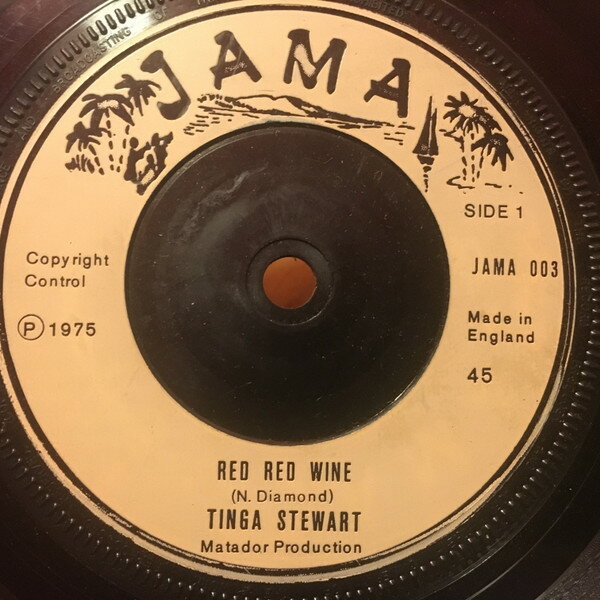 ・アーティスト Tinga Stewart ・タイトル Red Red Wine ・レーベル・型番 Jama JAMA003 ・フォーマット 7インチレコード ・コンディション(盤) 非常に良い(EX) ・コンディション(ジャケット) ・コンディション(帯) オビなし ・特記事項 サンプル画像です。実際の商品の画像ではありません 商品写真はバーコード/カタログ番号に対応したサンプル画像ですので、お送りする商品の画像ではありません。帯やライナーなどの付属品は、特記事項に記載されている場合のみ含まれます。プロモやカラーレコードなどの仕様についても、該当する場合のみ特記事項に記載しています。 【ご購入前に必ずご確認ください】 ・本店サイト(www.recordcity.jp)とは価格、送料が違います ・本店サイト、その他支店のオーダーとは同梱発送できません ・注文確定後に別の注文を頂いた場合、注文同士の同梱は致しかねます。 ・別倉庫から発送しているため、店頭受け渡しは対応しておりません ・一部商品は他の通販サイトでも販売しているため、ご注文のタイミングによっては商品のご用意ができない場合がございます。 ・土日祝日はお休みです 金曜・祝前日9時以降のご連絡またはご入金は、返答または発送が週明け・祝日明けに順次対応となります。 ・ご購入後のキャンセル不可 ご購入後のキャンセルはいかなる理由においてもお受けできません。ご了承の上、ご購入くださいませ。 ・日本郵便(ゆうパック/ゆうメール)によるお届けになります。 ・中古品であることをご理解ください 当ストアでは中古商品を主に販売しております。中古品であることをご理解の上ご購入ください。また、一部商品はRecordCityオンラインストアで試聴可能です。 ・返品について お客様のご都合による返品は一切承っておりません。 表記の内容と実際の商品に相違がある場合、また針飛び等で返品・返金をご希望される場合は、商品の到着後1週間以内にご連絡ください。商品の返送をこちらで確認後、キャンセル・返金を行います。 コンディションVG以下の商品は返品できません。プレイに影響のない表面のこすれ傷、プレス起因のノイズ盤は返品の対象外です。 【コンディション表記】 ・ほぼ新品(M-)(Like New) 完全な新品。未使用。当店ではほぼ使用しません ・非常に良い(EX)(Excellent) 中古盤として美品な状態。わずかな経年を感じるものの傷みを感じさせない、当店基準で最高の状態 ・良い(VG+)(Very Good Plus) 丁寧に扱われた中古品で、軽い使用感がみられる。 ・可(VG)(Acceptable) 使い込まれた中古品で、「良い」よりもさらに使用感がみられる。 ・悪い(VG-)(Bad) 状態が悪いアイテム。使用の保障はなく、再生不可、針飛び、目立つノイズがあるかもしれない。状態によるクレーム不可。返品不可。 ・非常に悪い(G)(Very Bad) 「悪い」よりさらに状態が悪いアイテム。使用の保障はなく、再生不可、針飛び、目立つノイズがあるかもしれない。状態によるクレーム不可。返品不可。 ・ジャンク(Fair)(Junk/Fair) 割れている、反っている、水ダメージがある、カビ、ジャケットが分離している、ひどい書き込み、ひどい擦れなど最低の状態。使用の保障はなく、再生不可、針飛び、目立つノイズがあるかもしれない。状態によるクレーム不可。返品不可。 ・ジャンク(Poor)(Junk/Poor) 割れている、反っている、水ダメージがある、カビ、ジャケットが分離している、ひどい書き込み、ひどい擦れなど最低の状態。使用の保障はなく、再生不可、針飛び、目立つノイズがあるかもしれない。状態によるクレーム不可。返品不可。