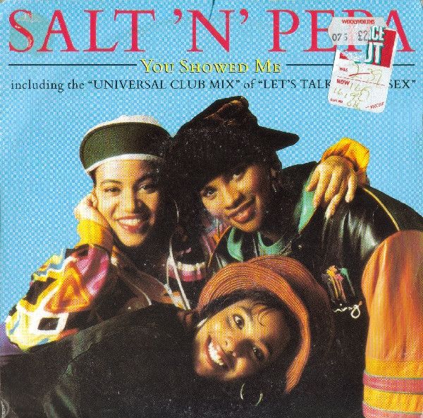 ・アーティスト Salt 'N' Pepa ・タイトル You Showed Me ・レーベル・型番 FFRR, FFRR F174 ・フォーマット 7インチレコード ・コンディション(盤) 非常に良い(EX) ・コンディション(ジャケット) 良い (VG+) ・コンディション(帯) オビなし ・特記事項 【カバーにシール付着】【カバー折れ/しわ】【カバーに軽い擦れ】 サンプル画像です。実際の商品の画像ではありません 商品写真はバーコード/カタログ番号に対応したサンプル画像ですので、お送りする商品の画像ではありません。帯やライナーなどの付属品は、特記事項に記載されている場合のみ含まれます。プロモやカラーレコードなどの仕様についても、該当する場合のみ特記事項に記載しています。 【ご購入前に必ずご確認ください】 ・本店サイト(www.recordcity.jp)とは価格、送料が違います ・本店サイト、その他支店のオーダーとは同梱発送できません ・注文確定後に別の注文を頂いた場合、注文同士の同梱は致しかねます。 ・別倉庫から発送しているため、店頭受け渡しは対応しておりません ・一部商品は他の通販サイトでも販売しているため、ご注文のタイミングによっては商品のご用意ができない場合がございます。 ・土日祝日はお休みです 金曜・祝前日9時以降のご連絡またはご入金は、返答または発送が週明け・祝日明けに順次対応となります。 ・ご購入後のキャンセル不可 ご購入後のキャンセルはいかなる理由においてもお受けできません。ご了承の上、ご購入くださいませ。 ・日本郵便(ゆうパック/ゆうメール)によるお届けになります。 ・中古品であることをご理解ください 当ストアでは中古商品を主に販売しております。中古品であることをご理解の上ご購入ください。また、一部商品はRecordCityオンラインストアで試聴可能です。 ・返品について お客様のご都合による返品は一切承っておりません。 表記の内容と実際の商品に相違がある場合、また針飛び等で返品・返金をご希望される場合は、商品の到着後1週間以内にご連絡ください。商品の返送をこちらで確認後、キャンセル・返金を行います。 コンディションVG以下の商品は返品できません。プレイに影響のない表面のこすれ傷、プレス起因のノイズ盤は返品の対象外です。 【コンディション表記】 ・ほぼ新品(M-)(Like New) 完全な新品。未使用。当店ではほぼ使用しません ・非常に良い(EX)(Excellent) 中古盤として美品な状態。わずかな経年を感じるものの傷みを感じさせない、当店基準で最高の状態 ・良い(VG+)(Very Good Plus) 丁寧に扱われた中古品で、軽い使用感がみられる。 ・可(VG)(Acceptable) 使い込まれた中古品で、「良い」よりもさらに使用感がみられる。 ・悪い(VG-)(Bad) 状態が悪いアイテム。使用の保障はなく、再生不可、針飛び、目立つノイズがあるかもしれない。状態によるクレーム不可。返品不可。 ・非常に悪い(G)(Very Bad) 「悪い」よりさらに状態が悪いアイテム。使用の保障はなく、再生不可、針飛び、目立つノイズがあるかもしれない。状態によるクレーム不可。返品不可。 ・ジャンク(Fair)(Junk/Fair) 割れている、反っている、水ダメージがある、カビ、ジャケットが分離している、ひどい書き込み、ひどい擦れなど最低の状態。使用の保障はなく、再生不可、針飛び、目立つノイズがあるかもしれない。状態によるクレーム不可。返品不可。 ・ジャンク(Poor)(Junk/Poor) 割れている、反っている、水ダメージがある、カビ、ジャケットが分離している、ひどい書き込み、ひどい擦れなど最低の状態。使用の保障はなく、再生不可、針飛び、目立つノイズがあるかもしれない。状態によるクレーム不可。返品不可。