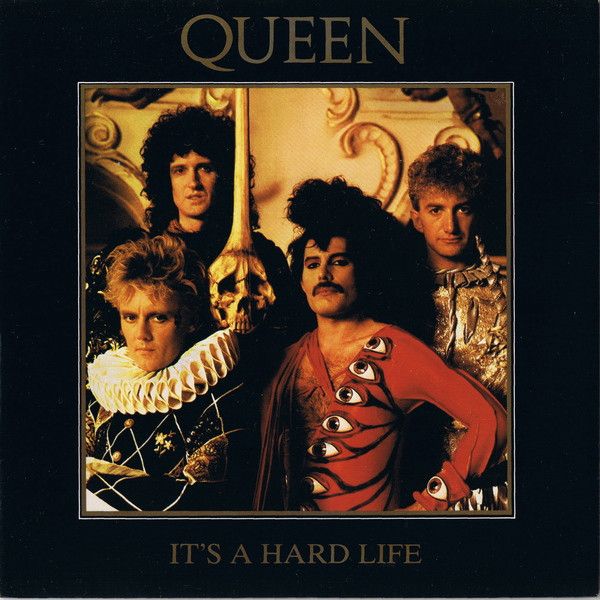 ・アーティスト Queen ・タイトル It's A Hard Life ・レーベル・型番 EMI QUEEN3 ・フォーマット 7インチレコード ・コンディション(盤) 良い (VG+) ・コンディション(ジャケット) 良い (VG+) ・コンディション(帯) オビなし ・特記事項 【カバー折れ/しわ】【カバーに擦れ】【カバー破れ】【Pushout Centre】 サンプル画像です。実際の商品の画像ではありません 商品写真はバーコード/カタログ番号に対応したサンプル画像ですので、お送りする商品の画像ではありません。帯やライナーなどの付属品は、特記事項に記載されている場合のみ含まれます。プロモやカラーレコードなどの仕様についても、該当する場合のみ特記事項に記載しています。 【ご購入前に必ずご確認ください】 ・本店サイト(www.recordcity.jp)とは価格、送料が違います ・本店サイト、その他支店のオーダーとは同梱発送できません ・注文確定後に別の注文を頂いた場合、注文同士の同梱は致しかねます。 ・別倉庫から発送しているため、店頭受け渡しは対応しておりません ・一部商品は他の通販サイトでも販売しているため、ご注文のタイミングによっては商品のご用意ができない場合がございます。 ・土日祝日はお休みです 金曜・祝前日9時以降のご連絡またはご入金は、返答または発送が週明け・祝日明けに順次対応となります。 ・ご購入後のキャンセル不可 ご購入後のキャンセルはいかなる理由においてもお受けできません。ご了承の上、ご購入くださいませ。 ・日本郵便(ゆうパック/ゆうメール)によるお届けになります。 ・中古品であることをご理解ください 当ストアでは中古商品を主に販売しております。中古品であることをご理解の上ご購入ください。また、一部商品はRecordCityオンラインストアで試聴可能です。 ・返品について お客様のご都合による返品は一切承っておりません。 表記の内容と実際の商品に相違がある場合、また針飛び等で返品・返金をご希望される場合は、商品の到着後1週間以内にご連絡ください。商品の返送をこちらで確認後、キャンセル・返金を行います。 コンディションVG以下の商品は返品できません。プレイに影響のない表面のこすれ傷、プレス起因のノイズ盤は返品の対象外です。 【コンディション表記】 ・ほぼ新品(M-)(Like New) 完全な新品。未使用。当店ではほぼ使用しません ・非常に良い(EX)(Excellent) 中古盤として美品な状態。わずかな経年を感じるものの傷みを感じさせない、当店基準で最高の状態 ・良い(VG+)(Very Good Plus) 丁寧に扱われた中古品で、軽い使用感がみられる。 ・可(VG)(Acceptable) 使い込まれた中古品で、「良い」よりもさらに使用感がみられる。 ・悪い(VG-)(Bad) 状態が悪いアイテム。使用の保障はなく、再生不可、針飛び、目立つノイズがあるかもしれない。状態によるクレーム不可。返品不可。 ・非常に悪い(G)(Very Bad) 「悪い」よりさらに状態が悪いアイテム。使用の保障はなく、再生不可、針飛び、目立つノイズがあるかもしれない。状態によるクレーム不可。返品不可。 ・ジャンク(Fair)(Junk/Fair) 割れている、反っている、水ダメージがある、カビ、ジャケットが分離している、ひどい書き込み、ひどい擦れなど最低の状態。使用の保障はなく、再生不可、針飛び、目立つノイズがあるかもしれない。状態によるクレーム不可。返品不可。 ・ジャンク(Poor)(Junk/Poor) 割れている、反っている、水ダメージがある、カビ、ジャケットが分離している、ひどい書き込み、ひどい擦れなど最低の状態。使用の保障はなく、再生不可、針飛び、目立つノイズがあるかもしれない。状態によるクレーム不可。返品不可。