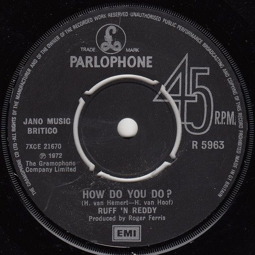 ・アーティスト Ruff 'N Reddy ・タイトル How Do You Do? ・レーベル・型番 Parlophone R5963 ・フォーマット 7インチレコード ・コンディション(盤) 非常に良い(EX) ・コンディション(ジャケット) プレインカバー（元ジャケット／カバー無し） ・コンディション(帯) オビなし ・特記事項 サンプル画像です。実際の商品の画像ではありません 商品写真はバーコード/カタログ番号に対応したサンプル画像ですので、お送りする商品の画像ではありません。帯やライナーなどの付属品は、特記事項に記載されている場合のみ含まれます。プロモやカラーレコードなどの仕様についても、該当する場合のみ特記事項に記載しています。 【ご購入前に必ずご確認ください】 ・本店サイト(www.recordcity.jp)とは価格、送料が違います ・本店サイト、その他支店のオーダーとは同梱発送できません ・注文確定後に別の注文を頂いた場合、注文同士の同梱は致しかねます。 ・別倉庫から発送しているため、店頭受け渡しは対応しておりません ・一部商品は他の通販サイトでも販売しているため、ご注文のタイミングによっては商品のご用意ができない場合がございます。 ・土日祝日はお休みです 金曜・祝前日9時以降のご連絡またはご入金は、返答または発送が週明け・祝日明けに順次対応となります。 ・ご購入後のキャンセル不可 ご購入後のキャンセルはいかなる理由においてもお受けできません。ご了承の上、ご購入くださいませ。 ・日本郵便(ゆうパック/ゆうメール)によるお届けになります。 ・中古品であることをご理解ください 当ストアでは中古商品を主に販売しております。中古品であることをご理解の上ご購入ください。また、一部商品はRecordCityオンラインストアで試聴可能です。 ・返品について お客様のご都合による返品は一切承っておりません。 表記の内容と実際の商品に相違がある場合、また針飛び等で返品・返金をご希望される場合は、商品の到着後1週間以内にご連絡ください。商品の返送をこちらで確認後、キャンセル・返金を行います。 コンディションVG以下の商品は返品できません。プレイに影響のない表面のこすれ傷、プレス起因のノイズ盤は返品の対象外です。 【コンディション表記】 ・ほぼ新品(M-)(Like New) 完全な新品。未使用。当店ではほぼ使用しません ・非常に良い(EX)(Excellent) 中古盤として美品な状態。わずかな経年を感じるものの傷みを感じさせない、当店基準で最高の状態 ・良い(VG+)(Very Good Plus) 丁寧に扱われた中古品で、軽い使用感がみられる。 ・可(VG)(Acceptable) 使い込まれた中古品で、「良い」よりもさらに使用感がみられる。 ・悪い(VG-)(Bad) 状態が悪いアイテム。使用の保障はなく、再生不可、針飛び、目立つノイズがあるかもしれない。状態によるクレーム不可。返品不可。 ・非常に悪い(G)(Very Bad) 「悪い」よりさらに状態が悪いアイテム。使用の保障はなく、再生不可、針飛び、目立つノイズがあるかもしれない。状態によるクレーム不可。返品不可。 ・ジャンク(Fair)(Junk/Fair) 割れている、反っている、水ダメージがある、カビ、ジャケットが分離している、ひどい書き込み、ひどい擦れなど最低の状態。使用の保障はなく、再生不可、針飛び、目立つノイズがあるかもしれない。状態によるクレーム不可。返品不可。 ・ジャンク(Poor)(Junk/Poor) 割れている、反っている、水ダメージがある、カビ、ジャケットが分離している、ひどい書き込み、ひどい擦れなど最低の状態。使用の保障はなく、再生不可、針飛び、目立つノイズがあるかもしれない。状態によるクレーム不可。返品不可。