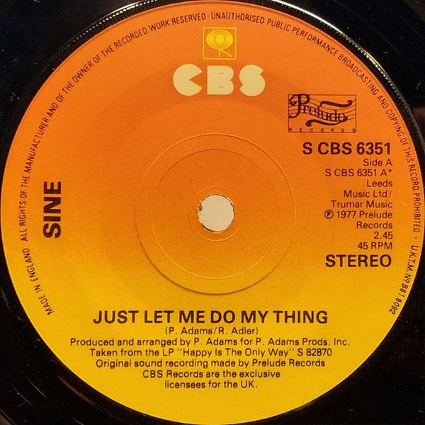 ・アーティスト Sine ・タイトル Just Let Me Do My Thing ・レーベル CBS SCBS6351 ・フォーマット 7インチレコード ・コンディション(盤) 良い (VG+) ・コンディション(ジャケット) プレインカバー（元ジャケット／カバー無し） ・コンディション(帯) オビなし ・特記事項 【盤に浅い跡】【盤汚れ】 サンプル画像です。実際の商品の画像ではありません 商品写真はバーコード/カタログ番号に対応したサンプル画像ですので、お送りする商品の画像ではありません。帯やライナーなどの付属品は、特記事項に記載されている場合のみ含まれます。プロモやカラーレコードなどの仕様についても、該当する場合のみ特記事項に記載しています。 【ご購入前に必ずご確認ください】 ・本店サイト(www.recordcity.jp)とは価格、送料が違います ・本店サイト、その他支店のオーダーとは同梱発送できません ・別倉庫から発送しているため、店頭受け渡しは対応しておりません ・一部商品は他の通販サイトでも販売しているため、ご注文のタイミングによっては商品のご用意ができない場合がございます。 ・土日祝日はお休みです 金曜・祝前日9時以降のご連絡またはご入金は、返答または発送が週明け・祝日明けに順次対応となります。 ・ご購入後のキャンセル不可 ご購入後のキャンセルはいかなる理由においてもお受けできません。ご了承の上、ご購入くださいませ。 ・日本郵便(ゆうパック/ゆうメール)によるお届けになります。 ・中古品であることをご理解ください 当ストアではお客様よりお譲りいただいた中古商品を主に販売しております。中古品であることをご理解の上ご購入ください。また、一部商品はRecordCityオンラインストアで試聴可能です。 ・返品について お客様のご都合による返品は一切承っておりません。 表記の内容と実際の商品に相違がある場合、また針飛び等で返品・返金をご希望される場合は、商品の到着後1週間以内にご連絡ください。商品の返送をこちらで確認後、キャンセル・返金を行います。 コンディションVG以下の商品は返品できません。プレイに影響のない表面のこすれ傷、プレス起因のノイズ盤は返品の対象外です。 【コンディション表記】 ・ほぼ新品(M-)(Like New) 完全な新品。未使用。当店ではほぼ使用しません ・非常に良い(EX)(Excellent) 中古盤として美品な状態。わずかな経年を感じるものの傷みを感じさせない、当店基準で最高の状態 ・良い(VG+)(Very Good Plus) 丁寧に扱われた中古品で、軽い使用感がみられる。 ・可(VG)(Acceptable) 使い込まれた中古品で、「良い」よりもさらに使用感がみられる。 ・悪い(VG-)(Bad) 状態が悪いアイテム。使用の保障はなく、再生不可、針飛び、目立つノイズがあるかもしれない。状態によるクレーム不可。返品不可。 ・非常に悪い(G)(Very Bad) 「悪い」よりさらに状態が悪いアイテム。使用の保障はなく、再生不可、針飛び、目立つノイズがあるかもしれない。状態によるクレーム不可。返品不可。 ・ジャンク(Fair)(Junk/Fair) 割れている、反っている、水ダメージがある、カビ、ジャケットが分離している、ひどい書き込み、ひどい擦れなど最低の状態。使用の保障はなく、再生不可、針飛び、目立つノイズがあるかもしれない。状態によるクレーム不可。返品不可。 ・ジャンク(Poor)(Junk/Poor) 割れている、反っている、水ダメージがある、カビ、ジャケットが分離している、ひどい書き込み、ひどい擦れなど最低の状態。使用の保障はなく、再生不可、針飛び、目立つノイズがあるかもしれない。状態によるクレーム不可。返品不可。
