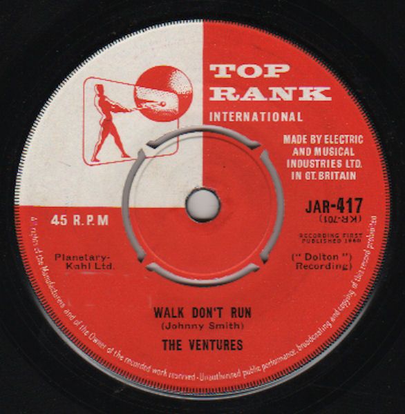 ・アーティスト Ventures ・タイトル Walk Don't Run ・レーベル・型番 Top Rank International JAR417 ・フォーマット 7インチレコード ・コンディション(盤) 非常に良い(EX) ・コンディション(ジャケット) プレインカバー（元ジャケット／カバー無し） ・コンディション(帯) オビなし ・特記事項 【盤に浅い跡】 サンプル画像です。実際の商品の画像ではありません 商品写真はバーコード/カタログ番号に対応したサンプル画像ですので、お送りする商品の画像ではありません。帯やライナーなどの付属品は、特記事項に記載されている場合のみ含まれます。プロモやカラーレコードなどの仕様についても、該当する場合のみ特記事項に記載しています。 【ご購入前に必ずご確認ください】 ・本店サイト(www.recordcity.jp)とは価格、送料が違います ・本店サイト、その他支店のオーダーとは同梱発送できません ・注文確定後に別の注文を頂いた場合、注文同士の同梱は致しかねます。 ・別倉庫から発送しているため、店頭受け渡しは対応しておりません ・一部商品は他の通販サイトでも販売しているため、ご注文のタイミングによっては商品のご用意ができない場合がございます。 ・土日祝日はお休みです 金曜・祝前日9時以降のご連絡またはご入金は、返答または発送が週明け・祝日明けに順次対応となります。 ・ご購入後のキャンセル不可 ご購入後のキャンセルはいかなる理由においてもお受けできません。ご了承の上、ご購入くださいませ。 ・日本郵便(ゆうパック/ゆうメール)によるお届けになります。 ・中古品であることをご理解ください 当ストアでは中古商品を主に販売しております。中古品であることをご理解の上ご購入ください。また、一部商品はRecordCityオンラインストアで試聴可能です。 ・返品について お客様のご都合による返品は一切承っておりません。 表記の内容と実際の商品に相違がある場合、また針飛び等で返品・返金をご希望される場合は、商品の到着後1週間以内にご連絡ください。商品の返送をこちらで確認後、キャンセル・返金を行います。 コンディションVG以下の商品は返品できません。プレイに影響のない表面のこすれ傷、プレス起因のノイズ盤は返品の対象外です。 【コンディション表記】 ・ほぼ新品(M-)(Like New) 完全な新品。未使用。当店ではほぼ使用しません ・非常に良い(EX)(Excellent) 中古盤として美品な状態。わずかな経年を感じるものの傷みを感じさせない、当店基準で最高の状態 ・良い(VG+)(Very Good Plus) 丁寧に扱われた中古品で、軽い使用感がみられる。 ・可(VG)(Acceptable) 使い込まれた中古品で、「良い」よりもさらに使用感がみられる。 ・悪い(VG-)(Bad) 状態が悪いアイテム。使用の保障はなく、再生不可、針飛び、目立つノイズがあるかもしれない。状態によるクレーム不可。返品不可。 ・非常に悪い(G)(Very Bad) 「悪い」よりさらに状態が悪いアイテム。使用の保障はなく、再生不可、針飛び、目立つノイズがあるかもしれない。状態によるクレーム不可。返品不可。 ・ジャンク(Fair)(Junk/Fair) 割れている、反っている、水ダメージがある、カビ、ジャケットが分離している、ひどい書き込み、ひどい擦れなど最低の状態。使用の保障はなく、再生不可、針飛び、目立つノイズがあるかもしれない。状態によるクレーム不可。返品不可。 ・ジャンク(Poor)(Junk/Poor) 割れている、反っている、水ダメージがある、カビ、ジャケットが分離している、ひどい書き込み、ひどい擦れなど最低の状態。使用の保障はなく、再生不可、針飛び、目立つノイズがあるかもしれない。状態によるクレーム不可。返品不可。