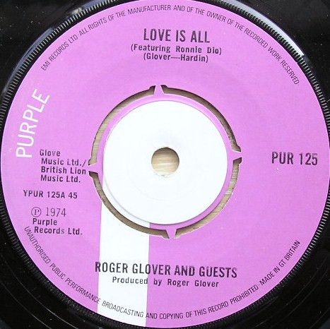 ・アーティスト Roger Glover & Guests ・タイトル Love Is All ・レーベル・型番 Purple Records PUR125PROMO ・フォーマット 7インチレコード ・コンディション(盤) 良い (VG+) ・コンディション(ジャケット) プレインカバー（元ジャケット／カバー無し） ・コンディション(帯) オビなし ・特記事項 【盤に浅い跡】【プロモシール】【レーベルに書き込み】 サンプル画像です。実際の商品の画像ではありません 商品写真はバーコード/カタログ番号に対応したサンプル画像ですので、お送りする商品の画像ではありません。帯やライナーなどの付属品は、特記事項に記載されている場合のみ含まれます。プロモやカラーレコードなどの仕様についても、該当する場合のみ特記事項に記載しています。 【ご購入前に必ずご確認ください】 ・本店サイト(www.recordcity.jp)とは価格、送料が違います ・本店サイト、その他支店のオーダーとは同梱発送できません ・注文確定後に別の注文を頂いた場合、注文同士の同梱は致しかねます。 ・別倉庫から発送しているため、店頭受け渡しは対応しておりません ・一部商品は他の通販サイトでも販売しているため、ご注文のタイミングによっては商品のご用意ができない場合がございます。 ・土日祝日はお休みです 金曜・祝前日9時以降のご連絡またはご入金は、返答または発送が週明け・祝日明けに順次対応となります。 ・ご購入後のキャンセル不可 ご購入後のキャンセルはいかなる理由においてもお受けできません。ご了承の上、ご購入くださいませ。 ・日本郵便(ゆうパック/ゆうメール)によるお届けになります。 ・中古品であることをご理解ください 当ストアでは中古商品を主に販売しております。中古品であることをご理解の上ご購入ください。また、一部商品はRecordCityオンラインストアで試聴可能です。 ・返品について お客様のご都合による返品は一切承っておりません。 表記の内容と実際の商品に相違がある場合、また針飛び等で返品・返金をご希望される場合は、商品の到着後1週間以内にご連絡ください。商品の返送をこちらで確認後、キャンセル・返金を行います。 コンディションVG以下の商品は返品できません。プレイに影響のない表面のこすれ傷、プレス起因のノイズ盤は返品の対象外です。 【コンディション表記】 ・ほぼ新品(M-)(Like New) 完全な新品。未使用。当店ではほぼ使用しません ・非常に良い(EX)(Excellent) 中古盤として美品な状態。わずかな経年を感じるものの傷みを感じさせない、当店基準で最高の状態 ・良い(VG+)(Very Good Plus) 丁寧に扱われた中古品で、軽い使用感がみられる。 ・可(VG)(Acceptable) 使い込まれた中古品で、「良い」よりもさらに使用感がみられる。 ・悪い(VG-)(Bad) 状態が悪いアイテム。使用の保障はなく、再生不可、針飛び、目立つノイズがあるかもしれない。状態によるクレーム不可。返品不可。 ・非常に悪い(G)(Very Bad) 「悪い」よりさらに状態が悪いアイテム。使用の保障はなく、再生不可、針飛び、目立つノイズがあるかもしれない。状態によるクレーム不可。返品不可。 ・ジャンク(Fair)(Junk/Fair) 割れている、反っている、水ダメージがある、カビ、ジャケットが分離している、ひどい書き込み、ひどい擦れなど最低の状態。使用の保障はなく、再生不可、針飛び、目立つノイズがあるかもしれない。状態によるクレーム不可。返品不可。 ・ジャンク(Poor)(Junk/Poor) 割れている、反っている、水ダメージがある、カビ、ジャケットが分離している、ひどい書き込み、ひどい擦れなど最低の状態。使用の保障はなく、再生不可、針飛び、目立つノイズがあるかもしれない。状態によるクレーム不可。返品不可。