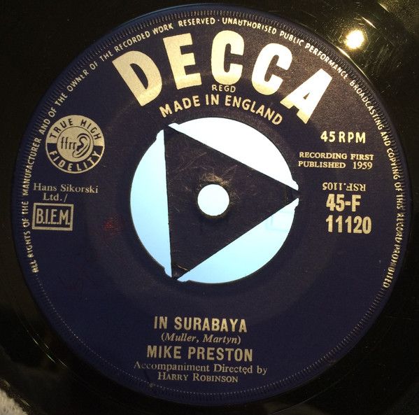 ・アーティスト Mike Preston ・タイトル In Surabaya ・レーベル・型番 Decca 45F11120 ・フォーマット 7インチレコード ・コンディション(盤) 非常に良い(EX) ・コンディション(ジャケット) プレインカバー（元ジャケット／カバー無し） ・コンディション(帯) オビなし ・特記事項 サンプル画像です。実際の商品の画像ではありません 商品写真はバーコード/カタログ番号に対応したサンプル画像ですので、お送りする商品の画像ではありません。帯やライナーなどの付属品は、特記事項に記載されている場合のみ含まれます。プロモやカラーレコードなどの仕様についても、該当する場合のみ特記事項に記載しています。 【ご購入前に必ずご確認ください】 ・本店サイト(www.recordcity.jp)とは価格、送料が違います ・本店サイト、その他支店のオーダーとは同梱発送できません ・注文確定後に別の注文を頂いた場合、注文同士の同梱は致しかねます。 ・別倉庫から発送しているため、店頭受け渡しは対応しておりません ・一部商品は他の通販サイトでも販売しているため、ご注文のタイミングによっては商品のご用意ができない場合がございます。 ・土日祝日はお休みです 金曜・祝前日9時以降のご連絡またはご入金は、返答または発送が週明け・祝日明けに順次対応となります。 ・ご購入後のキャンセル不可 ご購入後のキャンセルはいかなる理由においてもお受けできません。ご了承の上、ご購入くださいませ。 ・日本郵便(ゆうパック/ゆうメール)によるお届けになります。 ・中古品であることをご理解ください 当ストアでは中古商品を主に販売しております。中古品であることをご理解の上ご購入ください。また、一部商品はRecordCityオンラインストアで試聴可能です。 ・返品について お客様のご都合による返品は一切承っておりません。 表記の内容と実際の商品に相違がある場合、また針飛び等で返品・返金をご希望される場合は、商品の到着後1週間以内にご連絡ください。商品の返送をこちらで確認後、キャンセル・返金を行います。 コンディションVG以下の商品は返品できません。プレイに影響のない表面のこすれ傷、プレス起因のノイズ盤は返品の対象外です。 【コンディション表記】 ・ほぼ新品(M-)(Like New) 完全な新品。未使用。当店ではほぼ使用しません ・非常に良い(EX)(Excellent) 中古盤として美品な状態。わずかな経年を感じるものの傷みを感じさせない、当店基準で最高の状態 ・良い(VG+)(Very Good Plus) 丁寧に扱われた中古品で、軽い使用感がみられる。 ・可(VG)(Acceptable) 使い込まれた中古品で、「良い」よりもさらに使用感がみられる。 ・悪い(VG-)(Bad) 状態が悪いアイテム。使用の保障はなく、再生不可、針飛び、目立つノイズがあるかもしれない。状態によるクレーム不可。返品不可。 ・非常に悪い(G)(Very Bad) 「悪い」よりさらに状態が悪いアイテム。使用の保障はなく、再生不可、針飛び、目立つノイズがあるかもしれない。状態によるクレーム不可。返品不可。 ・ジャンク(Fair)(Junk/Fair) 割れている、反っている、水ダメージがある、カビ、ジャケットが分離している、ひどい書き込み、ひどい擦れなど最低の状態。使用の保障はなく、再生不可、針飛び、目立つノイズがあるかもしれない。状態によるクレーム不可。返品不可。 ・ジャンク(Poor)(Junk/Poor) 割れている、反っている、水ダメージがある、カビ、ジャケットが分離している、ひどい書き込み、ひどい擦れなど最低の状態。使用の保障はなく、再生不可、針飛び、目立つノイズがあるかもしれない。状態によるクレーム不可。返品不可。