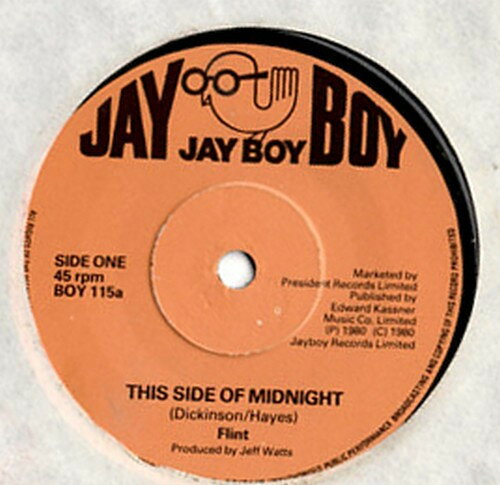 ・アーティスト Flint ・タイトル This Side Of Midnight ・レーベル・型番 Jay Boy BOY115 ・フォーマット 7インチレコード ・コンディション(盤) ほぼ新品 (M-) ・コンディション(ジャケット) プレインカバー（元ジャケット／カバー無し） ・コンディション(帯) オビなし ・特記事項 【DeadStock】 サンプル画像です。実際の商品の画像ではありません 商品写真はバーコード/カタログ番号に対応したサンプル画像ですので、お送りする商品の画像ではありません。帯やライナーなどの付属品は、特記事項に記載されている場合のみ含まれます。プロモやカラーレコードなどの仕様についても、該当する場合のみ特記事項に記載しています。 【ご購入前に必ずご確認ください】 ・本店サイト(www.recordcity.jp)とは価格、送料が違います ・本店サイト、その他支店のオーダーとは同梱発送できません ・注文確定後に別の注文を頂いた場合、注文同士の同梱は致しかねます。 ・別倉庫から発送しているため、店頭受け渡しは対応しておりません ・一部商品は他の通販サイトでも販売しているため、ご注文のタイミングによっては商品のご用意ができない場合がございます。 ・土日祝日はお休みです 金曜・祝前日9時以降のご連絡またはご入金は、返答または発送が週明け・祝日明けに順次対応となります。 ・ご購入後のキャンセル不可 ご購入後のキャンセルはいかなる理由においてもお受けできません。ご了承の上、ご購入くださいませ。 ・日本郵便(ゆうパック/ゆうメール)によるお届けになります。 ・中古品であることをご理解ください 当ストアでは中古商品を主に販売しております。中古品であることをご理解の上ご購入ください。また、一部商品はRecordCityオンラインストアで試聴可能です。 ・返品について お客様のご都合による返品は一切承っておりません。 表記の内容と実際の商品に相違がある場合、また針飛び等で返品・返金をご希望される場合は、商品の到着後1週間以内にご連絡ください。商品の返送をこちらで確認後、キャンセル・返金を行います。 コンディションVG以下の商品は返品できません。プレイに影響のない表面のこすれ傷、プレス起因のノイズ盤は返品の対象外です。 【コンディション表記】 ・ほぼ新品(M-)(Like New) 完全な新品。未使用。当店ではほぼ使用しません ・非常に良い(EX)(Excellent) 中古盤として美品な状態。わずかな経年を感じるものの傷みを感じさせない、当店基準で最高の状態 ・良い(VG+)(Very Good Plus) 丁寧に扱われた中古品で、軽い使用感がみられる。 ・可(VG)(Acceptable) 使い込まれた中古品で、「良い」よりもさらに使用感がみられる。 ・悪い(VG-)(Bad) 状態が悪いアイテム。使用の保障はなく、再生不可、針飛び、目立つノイズがあるかもしれない。状態によるクレーム不可。返品不可。 ・非常に悪い(G)(Very Bad) 「悪い」よりさらに状態が悪いアイテム。使用の保障はなく、再生不可、針飛び、目立つノイズがあるかもしれない。状態によるクレーム不可。返品不可。 ・ジャンク(Fair)(Junk/Fair) 割れている、反っている、水ダメージがある、カビ、ジャケットが分離している、ひどい書き込み、ひどい擦れなど最低の状態。使用の保障はなく、再生不可、針飛び、目立つノイズがあるかもしれない。状態によるクレーム不可。返品不可。 ・ジャンク(Poor)(Junk/Poor) 割れている、反っている、水ダメージがある、カビ、ジャケットが分離している、ひどい書き込み、ひどい擦れなど最低の状態。使用の保障はなく、再生不可、針飛び、目立つノイズがあるかもしれない。状態によるクレーム不可。返品不可。