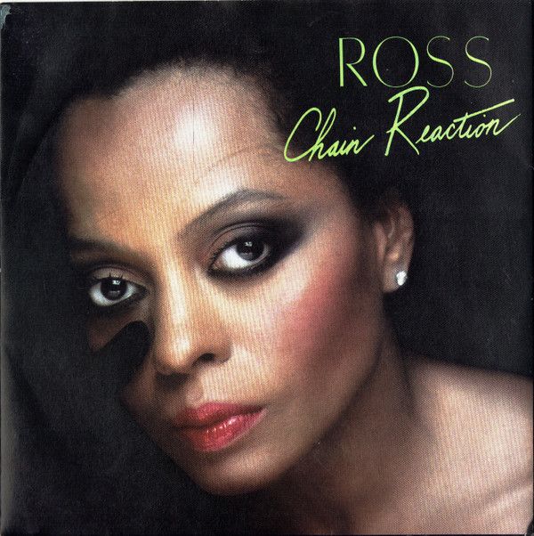 ・アーティスト Diana Ross ・タイトル Chain Reaction ・レーベル・型番 Capitol Records CL386 ・フォーマット 7インチレコード ・コンディション(盤) 良い (VG+) ・コンディション(ジャケット) 良い (VG+) ・コンディション(帯) オビなし ・特記事項 【盤に薄い跡】【カバーにリングウェア】 サンプル画像です。実際の商品の画像ではありません 商品写真はバーコード/カタログ番号に対応したサンプル画像ですので、お送りする商品の画像ではありません。帯やライナーなどの付属品は、特記事項に記載されている場合のみ含まれます。プロモやカラーレコードなどの仕様についても、該当する場合のみ特記事項に記載しています。 【ご購入前に必ずご確認ください】 ・本店サイト(www.recordcity.jp)とは価格、送料が違います ・本店サイト、その他支店のオーダーとは同梱発送できません ・注文確定後に別の注文を頂いた場合、注文同士の同梱は致しかねます。 ・別倉庫から発送しているため、店頭受け渡しは対応しておりません ・一部商品は他の通販サイトでも販売しているため、ご注文のタイミングによっては商品のご用意ができない場合がございます。 ・土日祝日はお休みです 金曜・祝前日9時以降のご連絡またはご入金は、返答または発送が週明け・祝日明けに順次対応となります。 ・ご購入後のキャンセル不可 ご購入後のキャンセルはいかなる理由においてもお受けできません。ご了承の上、ご購入くださいませ。 ・日本郵便(ゆうパック/ゆうメール)によるお届けになります。 ・中古品であることをご理解ください 当ストアでは中古商品を主に販売しております。中古品であることをご理解の上ご購入ください。また、一部商品はRecordCityオンラインストアで試聴可能です。 ・返品について お客様のご都合による返品は一切承っておりません。 表記の内容と実際の商品に相違がある場合、また針飛び等で返品・返金をご希望される場合は、商品の到着後1週間以内にご連絡ください。商品の返送をこちらで確認後、キャンセル・返金を行います。 コンディションVG以下の商品は返品できません。プレイに影響のない表面のこすれ傷、プレス起因のノイズ盤は返品の対象外です。 【コンディション表記】 ・ほぼ新品(M-)(Like New) 完全な新品。未使用。当店ではほぼ使用しません ・非常に良い(EX)(Excellent) 中古盤として美品な状態。わずかな経年を感じるものの傷みを感じさせない、当店基準で最高の状態 ・良い(VG+)(Very Good Plus) 丁寧に扱われた中古品で、軽い使用感がみられる。 ・可(VG)(Acceptable) 使い込まれた中古品で、「良い」よりもさらに使用感がみられる。 ・悪い(VG-)(Bad) 状態が悪いアイテム。使用の保障はなく、再生不可、針飛び、目立つノイズがあるかもしれない。状態によるクレーム不可。返品不可。 ・非常に悪い(G)(Very Bad) 「悪い」よりさらに状態が悪いアイテム。使用の保障はなく、再生不可、針飛び、目立つノイズがあるかもしれない。状態によるクレーム不可。返品不可。 ・ジャンク(Fair)(Junk/Fair) 割れている、反っている、水ダメージがある、カビ、ジャケットが分離している、ひどい書き込み、ひどい擦れなど最低の状態。使用の保障はなく、再生不可、針飛び、目立つノイズがあるかもしれない。状態によるクレーム不可。返品不可。 ・ジャンク(Poor)(Junk/Poor) 割れている、反っている、水ダメージがある、カビ、ジャケットが分離している、ひどい書き込み、ひどい擦れなど最低の状態。使用の保障はなく、再生不可、針飛び、目立つノイズがあるかもしれない。状態によるクレーム不可。返品不可。