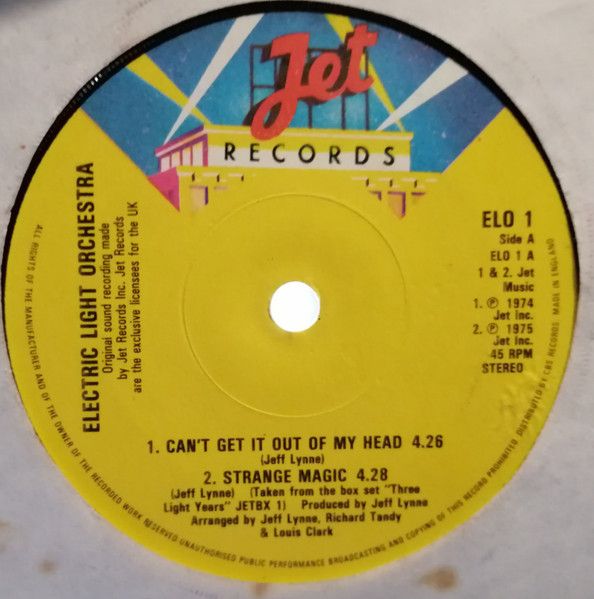・アーティスト Electric Light Orchestra ・タイトル The ELO EP ・レーベル・型番 Jet Records ELO1 ・フォーマット 7インチレコード ・コンディション(盤) 非常に良い(EX) ・コンディション(ジャケット) プレインカバー（元ジャケット／カバー無し） ・コンディション(帯) オビなし ・特記事項 サンプル画像です。実際の商品の画像ではありません 商品写真はバーコード/カタログ番号に対応したサンプル画像ですので、お送りする商品の画像ではありません。帯やライナーなどの付属品は、特記事項に記載されている場合のみ含まれます。プロモやカラーレコードなどの仕様についても、該当する場合のみ特記事項に記載しています。 【ご購入前に必ずご確認ください】 ・本店サイト(www.recordcity.jp)とは価格、送料が違います ・本店サイト、その他支店のオーダーとは同梱発送できません ・注文確定後に別の注文を頂いた場合、注文同士の同梱は致しかねます。 ・別倉庫から発送しているため、店頭受け渡しは対応しておりません ・一部商品は他の通販サイトでも販売しているため、ご注文のタイミングによっては商品のご用意ができない場合がございます。 ・土日祝日はお休みです 金曜・祝前日9時以降のご連絡またはご入金は、返答または発送が週明け・祝日明けに順次対応となります。 ・ご購入後のキャンセル不可 ご購入後のキャンセルはいかなる理由においてもお受けできません。ご了承の上、ご購入くださいませ。 ・日本郵便(ゆうパック/ゆうメール)によるお届けになります。 ・中古品であることをご理解ください 当ストアでは中古商品を主に販売しております。中古品であることをご理解の上ご購入ください。また、一部商品はRecordCityオンラインストアで試聴可能です。 ・返品について お客様のご都合による返品は一切承っておりません。 表記の内容と実際の商品に相違がある場合、また針飛び等で返品・返金をご希望される場合は、商品の到着後1週間以内にご連絡ください。商品の返送をこちらで確認後、キャンセル・返金を行います。 コンディションVG以下の商品は返品できません。プレイに影響のない表面のこすれ傷、プレス起因のノイズ盤は返品の対象外です。 【コンディション表記】 ・ほぼ新品(M-)(Like New) 完全な新品。未使用。当店ではほぼ使用しません ・非常に良い(EX)(Excellent) 中古盤として美品な状態。わずかな経年を感じるものの傷みを感じさせない、当店基準で最高の状態 ・良い(VG+)(Very Good Plus) 丁寧に扱われた中古品で、軽い使用感がみられる。 ・可(VG)(Acceptable) 使い込まれた中古品で、「良い」よりもさらに使用感がみられる。 ・悪い(VG-)(Bad) 状態が悪いアイテム。使用の保障はなく、再生不可、針飛び、目立つノイズがあるかもしれない。状態によるクレーム不可。返品不可。 ・非常に悪い(G)(Very Bad) 「悪い」よりさらに状態が悪いアイテム。使用の保障はなく、再生不可、針飛び、目立つノイズがあるかもしれない。状態によるクレーム不可。返品不可。 ・ジャンク(Fair)(Junk/Fair) 割れている、反っている、水ダメージがある、カビ、ジャケットが分離している、ひどい書き込み、ひどい擦れなど最低の状態。使用の保障はなく、再生不可、針飛び、目立つノイズがあるかもしれない。状態によるクレーム不可。返品不可。 ・ジャンク(Poor)(Junk/Poor) 割れている、反っている、水ダメージがある、カビ、ジャケットが分離している、ひどい書き込み、ひどい擦れなど最低の状態。使用の保障はなく、再生不可、針飛び、目立つノイズがあるかもしれない。状態によるクレーム不可。返品不可。