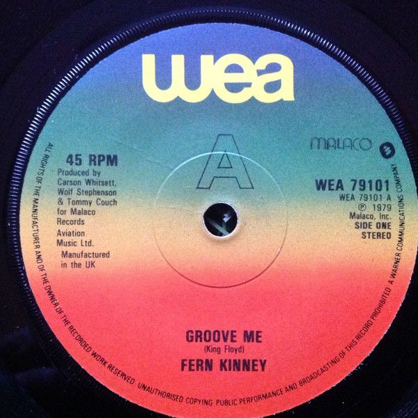 ・アーティスト Fern Kinney ・タイトル Groove Me ・レーベル・型番 WEA WEA79101 ・フォーマット 7インチレコード ・コンディション(盤) 良い (VG+) ・コンディション(ジャケット) プレインカバー（元ジャケット／カバー無し） ・コンディション(帯) オビなし ・特記事項 サンプル画像です。実際の商品の画像ではありません 商品写真はバーコード/カタログ番号に対応したサンプル画像ですので、お送りする商品の画像ではありません。帯やライナーなどの付属品は、特記事項に記載されている場合のみ含まれます。プロモやカラーレコードなどの仕様についても、該当する場合のみ特記事項に記載しています。 【ご購入前に必ずご確認ください】 ・本店サイト(www.recordcity.jp)とは価格、送料が違います ・本店サイト、その他支店のオーダーとは同梱発送できません ・注文確定後に別の注文を頂いた場合、注文同士の同梱は致しかねます。 ・別倉庫から発送しているため、店頭受け渡しは対応しておりません ・一部商品は他の通販サイトでも販売しているため、ご注文のタイミングによっては商品のご用意ができない場合がございます。 ・土日祝日はお休みです 金曜・祝前日9時以降のご連絡またはご入金は、返答または発送が週明け・祝日明けに順次対応となります。 ・ご購入後のキャンセル不可 ご購入後のキャンセルはいかなる理由においてもお受けできません。ご了承の上、ご購入くださいませ。 ・日本郵便(ゆうパック/ゆうメール)によるお届けになります。 ・中古品であることをご理解ください 当ストアでは中古商品を主に販売しております。中古品であることをご理解の上ご購入ください。また、一部商品はRecordCityオンラインストアで試聴可能です。 ・返品について お客様のご都合による返品は一切承っておりません。 表記の内容と実際の商品に相違がある場合、また針飛び等で返品・返金をご希望される場合は、商品の到着後1週間以内にご連絡ください。商品の返送をこちらで確認後、キャンセル・返金を行います。 コンディションVG以下の商品は返品できません。プレイに影響のない表面のこすれ傷、プレス起因のノイズ盤は返品の対象外です。 【コンディション表記】 ・ほぼ新品(M-)(Like New) 完全な新品。未使用。当店ではほぼ使用しません ・非常に良い(EX)(Excellent) 中古盤として美品な状態。わずかな経年を感じるものの傷みを感じさせない、当店基準で最高の状態 ・良い(VG+)(Very Good Plus) 丁寧に扱われた中古品で、軽い使用感がみられる。 ・可(VG)(Acceptable) 使い込まれた中古品で、「良い」よりもさらに使用感がみられる。 ・悪い(VG-)(Bad) 状態が悪いアイテム。使用の保障はなく、再生不可、針飛び、目立つノイズがあるかもしれない。状態によるクレーム不可。返品不可。 ・非常に悪い(G)(Very Bad) 「悪い」よりさらに状態が悪いアイテム。使用の保障はなく、再生不可、針飛び、目立つノイズがあるかもしれない。状態によるクレーム不可。返品不可。 ・ジャンク(Fair)(Junk/Fair) 割れている、反っている、水ダメージがある、カビ、ジャケットが分離している、ひどい書き込み、ひどい擦れなど最低の状態。使用の保障はなく、再生不可、針飛び、目立つノイズがあるかもしれない。状態によるクレーム不可。返品不可。 ・ジャンク(Poor)(Junk/Poor) 割れている、反っている、水ダメージがある、カビ、ジャケットが分離している、ひどい書き込み、ひどい擦れなど最低の状態。使用の保障はなく、再生不可、針飛び、目立つノイズがあるかもしれない。状態によるクレーム不可。返品不可。