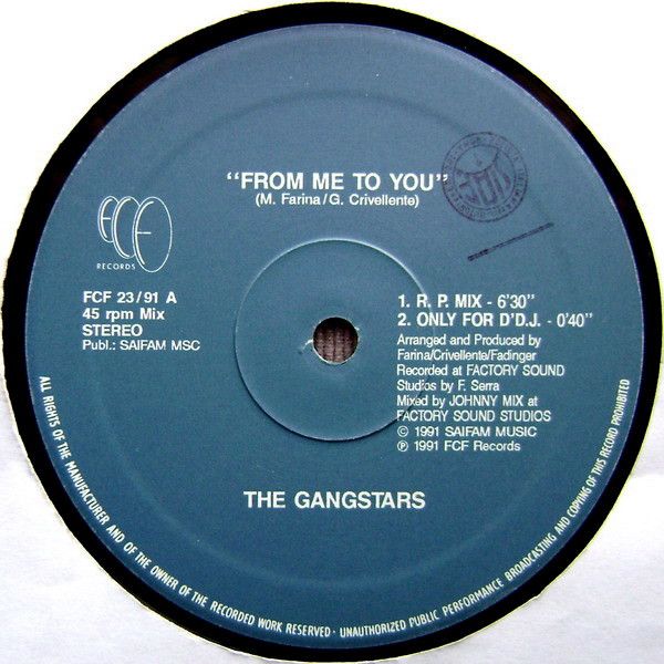 ・アーティスト Gangstars ・タイトル From Me To You ・レーベル・型番 FCF Records FCF23 ・フォーマット 12インチレコード ・コンディション(盤) 良い (VG+) ・コンディション(ジャケット) プレインカバー（元ジャケット／カバー無し） ・コンディション(帯) オビなし ・特記事項 サンプル画像です。実際の商品の画像ではありません 商品写真はバーコード/カタログ番号に対応したサンプル画像ですので、お送りする商品の画像ではありません。帯やライナーなどの付属品は、特記事項に記載されている場合のみ含まれます。プロモやカラーレコードなどの仕様についても、該当する場合のみ特記事項に記載しています。 【ご購入前に必ずご確認ください】 ・本店サイト(www.recordcity.jp)とは価格、送料が違います ・本店サイト、その他支店のオーダーとは同梱発送できません ・注文確定後に別の注文を頂いた場合、注文同士の同梱は致しかねます。 ・別倉庫から発送しているため、店頭受け渡しは対応しておりません ・一部商品は他の通販サイトでも販売しているため、ご注文のタイミングによっては商品のご用意ができない場合がございます。 ・土日祝日はお休みです 金曜・祝前日9時以降のご連絡またはご入金は、返答または発送が週明け・祝日明けに順次対応となります。 ・ご購入後のキャンセル不可 ご購入後のキャンセルはいかなる理由においてもお受けできません。ご了承の上、ご購入くださいませ。 ・日本郵便(ゆうパック/ゆうメール)によるお届けになります。 ・中古品であることをご理解ください 当ストアでは中古商品を主に販売しております。中古品であることをご理解の上ご購入ください。また、一部商品はRecordCityオンラインストアで試聴可能です。 ・返品について お客様のご都合による返品は一切承っておりません。 表記の内容と実際の商品に相違がある場合、また針飛び等で返品・返金をご希望される場合は、商品の到着後1週間以内にご連絡ください。商品の返送をこちらで確認後、キャンセル・返金を行います。 コンディションVG以下の商品は返品できません。プレイに影響のない表面のこすれ傷、プレス起因のノイズ盤は返品の対象外です。 【コンディション表記】 ・ほぼ新品(M-)(Like New) 完全な新品。未使用。当店ではほぼ使用しません ・非常に良い(EX)(Excellent) 中古盤として美品な状態。わずかな経年を感じるものの傷みを感じさせない、当店基準で最高の状態 ・良い(VG+)(Very Good Plus) 丁寧に扱われた中古品で、軽い使用感がみられる。 ・可(VG)(Acceptable) 使い込まれた中古品で、「良い」よりもさらに使用感がみられる。 ・悪い(VG-)(Bad) 状態が悪いアイテム。使用の保障はなく、再生不可、針飛び、目立つノイズがあるかもしれない。状態によるクレーム不可。返品不可。 ・非常に悪い(G)(Very Bad) 「悪い」よりさらに状態が悪いアイテム。使用の保障はなく、再生不可、針飛び、目立つノイズがあるかもしれない。状態によるクレーム不可。返品不可。 ・ジャンク(Fair)(Junk/Fair) 割れている、反っている、水ダメージがある、カビ、ジャケットが分離している、ひどい書き込み、ひどい擦れなど最低の状態。使用の保障はなく、再生不可、針飛び、目立つノイズがあるかもしれない。状態によるクレーム不可。返品不可。 ・ジャンク(Poor)(Junk/Poor) 割れている、反っている、水ダメージがある、カビ、ジャケットが分離している、ひどい書き込み、ひどい擦れなど最低の状態。使用の保障はなく、再生不可、針飛び、目立つノイズがあるかもしれない。状態によるクレーム不可。返品不可。