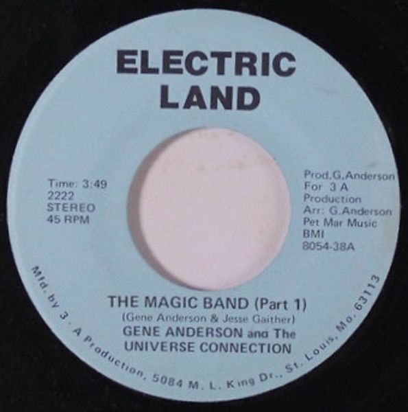 ・アーティスト Gene Anderson And The Universe Connection ・タイトル The Magic Band ・レーベル・型番 Electric Land Records 805438 ・フォーマット 7インチレコード ・コンディション(盤) 良い (VG+) ・コンディション(ジャケット) プレインカバー（元ジャケット／カバー無し） ・コンディション(帯) オビなし ・特記事項 【盤に薄い跡】 サンプル画像です。実際の商品の画像ではありません 商品写真はバーコード/カタログ番号に対応したサンプル画像ですので、お送りする商品の画像ではありません。帯やライナーなどの付属品は、特記事項に記載されている場合のみ含まれます。プロモやカラーレコードなどの仕様についても、該当する場合のみ特記事項に記載しています。 【ご購入前に必ずご確認ください】 ・本店サイト(www.recordcity.jp)とは価格、送料が違います ・本店サイト、その他支店のオーダーとは同梱発送できません ・注文確定後に別の注文を頂いた場合、注文同士の同梱は致しかねます。 ・別倉庫から発送しているため、店頭受け渡しは対応しておりません ・一部商品は他の通販サイトでも販売しているため、ご注文のタイミングによっては商品のご用意ができない場合がございます。 ・土日祝日はお休みです 金曜・祝前日9時以降のご連絡またはご入金は、返答または発送が週明け・祝日明けに順次対応となります。 ・ご購入後のキャンセル不可 ご購入後のキャンセルはいかなる理由においてもお受けできません。ご了承の上、ご購入くださいませ。 ・日本郵便(ゆうパック/ゆうメール)によるお届けになります。 ・中古品であることをご理解ください 当ストアでは中古商品を主に販売しております。中古品であることをご理解の上ご購入ください。また、一部商品はRecordCityオンラインストアで試聴可能です。 ・返品について お客様のご都合による返品は一切承っておりません。 表記の内容と実際の商品に相違がある場合、また針飛び等で返品・返金をご希望される場合は、商品の到着後1週間以内にご連絡ください。商品の返送をこちらで確認後、キャンセル・返金を行います。 コンディションVG以下の商品は返品できません。プレイに影響のない表面のこすれ傷、プレス起因のノイズ盤は返品の対象外です。 【コンディション表記】 ・ほぼ新品(M-)(Like New) 完全な新品。未使用。当店ではほぼ使用しません ・非常に良い(EX)(Excellent) 中古盤として美品な状態。わずかな経年を感じるものの傷みを感じさせない、当店基準で最高の状態 ・良い(VG+)(Very Good Plus) 丁寧に扱われた中古品で、軽い使用感がみられる。 ・可(VG)(Acceptable) 使い込まれた中古品で、「良い」よりもさらに使用感がみられる。 ・悪い(VG-)(Bad) 状態が悪いアイテム。使用の保障はなく、再生不可、針飛び、目立つノイズがあるかもしれない。状態によるクレーム不可。返品不可。 ・非常に悪い(G)(Very Bad) 「悪い」よりさらに状態が悪いアイテム。使用の保障はなく、再生不可、針飛び、目立つノイズがあるかもしれない。状態によるクレーム不可。返品不可。 ・ジャンク(Fair)(Junk/Fair) 割れている、反っている、水ダメージがある、カビ、ジャケットが分離している、ひどい書き込み、ひどい擦れなど最低の状態。使用の保障はなく、再生不可、針飛び、目立つノイズがあるかもしれない。状態によるクレーム不可。返品不可。 ・ジャンク(Poor)(Junk/Poor) 割れている、反っている、水ダメージがある、カビ、ジャケットが分離している、ひどい書き込み、ひどい擦れなど最低の状態。使用の保障はなく、再生不可、針飛び、目立つノイズがあるかもしれない。状態によるクレーム不可。返品不可。
