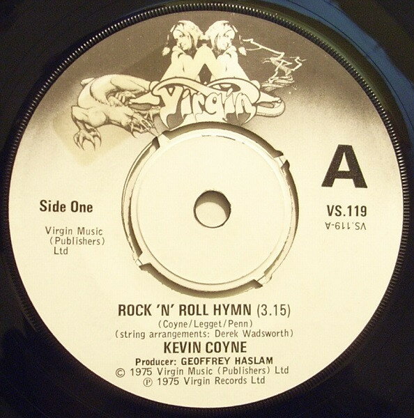 ・アーティスト Kevin Coyne ・タイトル Rock 'N' Roll Hymn ・レーベル・型番 Virgin VS119PROMO ・フォーマット 7インチレコード ・コンディション(盤) 非常に良い(EX) ・コンディション(ジャケット) プレインカバー（元ジャケット／カバー無し） ・コンディション(帯) オビなし ・特記事項 【プロモ盤】 【プロモ印刷レーベル】 サンプル画像です。実際の商品の画像ではありません 商品写真はバーコード/カタログ番号に対応したサンプル画像ですので、お送りする商品の画像ではありません。帯やライナーなどの付属品は、特記事項に記載されている場合のみ含まれます。プロモやカラーレコードなどの仕様についても、該当する場合のみ特記事項に記載しています。 【ご購入前に必ずご確認ください】 ・本店サイト(www.recordcity.jp)とは価格、送料が違います ・本店サイト、その他支店のオーダーとは同梱発送できません ・注文確定後に別の注文を頂いた場合、注文同士の同梱は致しかねます。 ・別倉庫から発送しているため、店頭受け渡しは対応しておりません ・一部商品は他の通販サイトでも販売しているため、ご注文のタイミングによっては商品のご用意ができない場合がございます。 ・土日祝日はお休みです 金曜・祝前日9時以降のご連絡またはご入金は、返答または発送が週明け・祝日明けに順次対応となります。 ・ご購入後のキャンセル不可 ご購入後のキャンセルはいかなる理由においてもお受けできません。ご了承の上、ご購入くださいませ。 ・日本郵便(ゆうパック/ゆうメール)によるお届けになります。 ・中古品であることをご理解ください 当ストアでは中古商品を主に販売しております。中古品であることをご理解の上ご購入ください。また、一部商品はRecordCityオンラインストアで試聴可能です。 ・返品について お客様のご都合による返品は一切承っておりません。 表記の内容と実際の商品に相違がある場合、また針飛び等で返品・返金をご希望される場合は、商品の到着後1週間以内にご連絡ください。商品の返送をこちらで確認後、キャンセル・返金を行います。 コンディションVG以下の商品は返品できません。プレイに影響のない表面のこすれ傷、プレス起因のノイズ盤は返品の対象外です。 【コンディション表記】 ・ほぼ新品(M-)(Like New) 完全な新品。未使用。当店ではほぼ使用しません ・非常に良い(EX)(Excellent) 中古盤として美品な状態。わずかな経年を感じるものの傷みを感じさせない、当店基準で最高の状態 ・良い(VG+)(Very Good Plus) 丁寧に扱われた中古品で、軽い使用感がみられる。 ・可(VG)(Acceptable) 使い込まれた中古品で、「良い」よりもさらに使用感がみられる。 ・悪い(VG-)(Bad) 状態が悪いアイテム。使用の保障はなく、再生不可、針飛び、目立つノイズがあるかもしれない。状態によるクレーム不可。返品不可。 ・非常に悪い(G)(Very Bad) 「悪い」よりさらに状態が悪いアイテム。使用の保障はなく、再生不可、針飛び、目立つノイズがあるかもしれない。状態によるクレーム不可。返品不可。 ・ジャンク(Fair)(Junk/Fair) 割れている、反っている、水ダメージがある、カビ、ジャケットが分離している、ひどい書き込み、ひどい擦れなど最低の状態。使用の保障はなく、再生不可、針飛び、目立つノイズがあるかもしれない。状態によるクレーム不可。返品不可。 ・ジャンク(Poor)(Junk/Poor) 割れている、反っている、水ダメージがある、カビ、ジャケットが分離している、ひどい書き込み、ひどい擦れなど最低の状態。使用の保障はなく、再生不可、針飛び、目立つノイズがあるかもしれない。状態によるクレーム不可。返品不可。