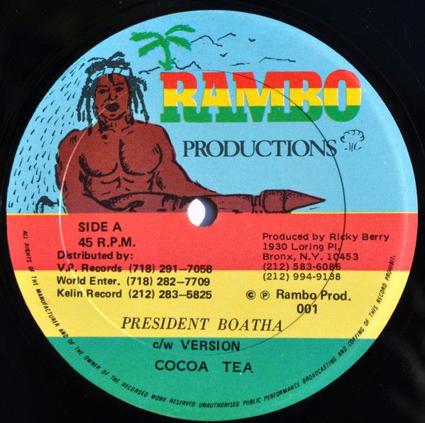 ・アーティスト Cocoa Tea ・タイトル President Boatha / Flood Victim ・レーベル・型番 Rambo Productions RP001 ・フォーマット 12インチレコード ・コンディション(盤) 非常に良い(EX) ・コンディション(ジャケット) プレインカバー（元ジャケット／カバー無し） ・コンディション(帯) オビなし ・特記事項 サンプル画像です。実際の商品の画像ではありません 商品写真はバーコード/カタログ番号に対応したサンプル画像ですので、お送りする商品の画像ではありません。帯やライナーなどの付属品は、特記事項に記載されている場合のみ含まれます。プロモやカラーレコードなどの仕様についても、該当する場合のみ特記事項に記載しています。 【ご購入前に必ずご確認ください】 ・本店サイト(www.recordcity.jp)とは価格、送料が違います ・本店サイト、その他支店のオーダーとは同梱発送できません ・注文確定後に別の注文を頂いた場合、注文同士の同梱は致しかねます。 ・別倉庫から発送しているため、店頭受け渡しは対応しておりません ・一部商品は他の通販サイトでも販売しているため、ご注文のタイミングによっては商品のご用意ができない場合がございます。 ・土日祝日はお休みです 金曜・祝前日9時以降のご連絡またはご入金は、返答または発送が週明け・祝日明けに順次対応となります。 ・ご購入後のキャンセル不可 ご購入後のキャンセルはいかなる理由においてもお受けできません。ご了承の上、ご購入くださいませ。 ・日本郵便(ゆうパック/ゆうメール)によるお届けになります。 ・中古品であることをご理解ください 当ストアでは中古商品を主に販売しております。中古品であることをご理解の上ご購入ください。また、一部商品はRecordCityオンラインストアで試聴可能です。 ・返品について お客様のご都合による返品は一切承っておりません。 表記の内容と実際の商品に相違がある場合、また針飛び等で返品・返金をご希望される場合は、商品の到着後1週間以内にご連絡ください。商品の返送をこちらで確認後、キャンセル・返金を行います。 コンディションVG以下の商品は返品できません。プレイに影響のない表面のこすれ傷、プレス起因のノイズ盤は返品の対象外です。 【コンディション表記】 ・ほぼ新品(M-)(Like New) 完全な新品。未使用。当店ではほぼ使用しません ・非常に良い(EX)(Excellent) 中古盤として美品な状態。わずかな経年を感じるものの傷みを感じさせない、当店基準で最高の状態 ・良い(VG+)(Very Good Plus) 丁寧に扱われた中古品で、軽い使用感がみられる。 ・可(VG)(Acceptable) 使い込まれた中古品で、「良い」よりもさらに使用感がみられる。 ・悪い(VG-)(Bad) 状態が悪いアイテム。使用の保障はなく、再生不可、針飛び、目立つノイズがあるかもしれない。状態によるクレーム不可。返品不可。 ・非常に悪い(G)(Very Bad) 「悪い」よりさらに状態が悪いアイテム。使用の保障はなく、再生不可、針飛び、目立つノイズがあるかもしれない。状態によるクレーム不可。返品不可。 ・ジャンク(Fair)(Junk/Fair) 割れている、反っている、水ダメージがある、カビ、ジャケットが分離している、ひどい書き込み、ひどい擦れなど最低の状態。使用の保障はなく、再生不可、針飛び、目立つノイズがあるかもしれない。状態によるクレーム不可。返品不可。 ・ジャンク(Poor)(Junk/Poor) 割れている、反っている、水ダメージがある、カビ、ジャケットが分離している、ひどい書き込み、ひどい擦れなど最低の状態。使用の保障はなく、再生不可、針飛び、目立つノイズがあるかもしれない。状態によるクレーム不可。返品不可。