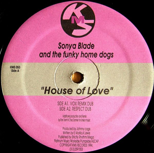 ・アーティスト Sonya Blade & The Funky Home Dogs ・タイトル House Of Love ・レーベル・型番 KMS KMS053 ・フォーマット 12インチレコード ・コンディション(盤) 非常に良い(EX) ・コンディション(ジャケット) プレインカバー（元ジャケット／カバー無し） ・コンディション(帯) オビなし ・特記事項 サンプル画像です。実際の商品の画像ではありません 商品写真はバーコード/カタログ番号に対応したサンプル画像ですので、お送りする商品の画像ではありません。帯やライナーなどの付属品は、特記事項に記載されている場合のみ含まれます。プロモやカラーレコードなどの仕様についても、該当する場合のみ特記事項に記載しています。 【ご購入前に必ずご確認ください】 ・本店サイト(www.recordcity.jp)とは価格、送料が違います ・本店サイト、その他支店のオーダーとは同梱発送できません ・注文確定後に別の注文を頂いた場合、注文同士の同梱は致しかねます。 ・別倉庫から発送しているため、店頭受け渡しは対応しておりません ・一部商品は他の通販サイトでも販売しているため、ご注文のタイミングによっては商品のご用意ができない場合がございます。 ・土日祝日はお休みです 金曜・祝前日9時以降のご連絡またはご入金は、返答または発送が週明け・祝日明けに順次対応となります。 ・ご購入後のキャンセル不可 ご購入後のキャンセルはいかなる理由においてもお受けできません。ご了承の上、ご購入くださいませ。 ・日本郵便(ゆうパック/ゆうメール)によるお届けになります。 ・中古品であることをご理解ください 当ストアでは中古商品を主に販売しております。中古品であることをご理解の上ご購入ください。また、一部商品はRecordCityオンラインストアで試聴可能です。 ・返品について お客様のご都合による返品は一切承っておりません。 表記の内容と実際の商品に相違がある場合、また針飛び等で返品・返金をご希望される場合は、商品の到着後1週間以内にご連絡ください。商品の返送をこちらで確認後、キャンセル・返金を行います。 コンディションVG以下の商品は返品できません。プレイに影響のない表面のこすれ傷、プレス起因のノイズ盤は返品の対象外です。 【コンディション表記】 ・ほぼ新品(M-)(Like New) 完全な新品。未使用。当店ではほぼ使用しません ・非常に良い(EX)(Excellent) 中古盤として美品な状態。わずかな経年を感じるものの傷みを感じさせない、当店基準で最高の状態 ・良い(VG+)(Very Good Plus) 丁寧に扱われた中古品で、軽い使用感がみられる。 ・可(VG)(Acceptable) 使い込まれた中古品で、「良い」よりもさらに使用感がみられる。 ・悪い(VG-)(Bad) 状態が悪いアイテム。使用の保障はなく、再生不可、針飛び、目立つノイズがあるかもしれない。状態によるクレーム不可。返品不可。 ・非常に悪い(G)(Very Bad) 「悪い」よりさらに状態が悪いアイテム。使用の保障はなく、再生不可、針飛び、目立つノイズがあるかもしれない。状態によるクレーム不可。返品不可。 ・ジャンク(Fair)(Junk/Fair) 割れている、反っている、水ダメージがある、カビ、ジャケットが分離している、ひどい書き込み、ひどい擦れなど最低の状態。使用の保障はなく、再生不可、針飛び、目立つノイズがあるかもしれない。状態によるクレーム不可。返品不可。 ・ジャンク(Poor)(Junk/Poor) 割れている、反っている、水ダメージがある、カビ、ジャケットが分離している、ひどい書き込み、ひどい擦れなど最低の状態。使用の保障はなく、再生不可、針飛び、目立つノイズがあるかもしれない。状態によるクレーム不可。返品不可。