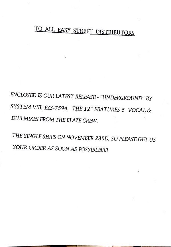 ・アーティスト System VIII ・タイトル Underground ・レーベル・型番 Easy Street Records EZS7594 ・フォーマット 12インチレコード ・コンディション(盤) 非常に良い(EX) ・コンディション(ジャケット) プレインカバー（元ジャケット／カバー無し） ・コンディション(帯) オビなし ・特記事項 【ハイプステッカー】 サンプル画像です。実際の商品の画像ではありません 商品写真はバーコード/カタログ番号に対応したサンプル画像ですので、お送りする商品の画像ではありません。帯やライナーなどの付属品は、特記事項に記載されている場合のみ含まれます。プロモやカラーレコードなどの仕様についても、該当する場合のみ特記事項に記載しています。 【ご購入前に必ずご確認ください】 ・本店サイト(www.recordcity.jp)とは価格、送料が違います ・本店サイト、その他支店のオーダーとは同梱発送できません ・注文確定後に別の注文を頂いた場合、注文同士の同梱は致しかねます。 ・別倉庫から発送しているため、店頭受け渡しは対応しておりません ・一部商品は他の通販サイトでも販売しているため、ご注文のタイミングによっては商品のご用意ができない場合がございます。 ・土日祝日はお休みです 金曜・祝前日9時以降のご連絡またはご入金は、返答または発送が週明け・祝日明けに順次対応となります。 ・ご購入後のキャンセル不可 ご購入後のキャンセルはいかなる理由においてもお受けできません。ご了承の上、ご購入くださいませ。 ・日本郵便(ゆうパック/ゆうメール)によるお届けになります。 ・中古品であることをご理解ください 当ストアでは中古商品を主に販売しております。中古品であることをご理解の上ご購入ください。また、一部商品はRecordCityオンラインストアで試聴可能です。 ・返品について お客様のご都合による返品は一切承っておりません。 表記の内容と実際の商品に相違がある場合、また針飛び等で返品・返金をご希望される場合は、商品の到着後1週間以内にご連絡ください。商品の返送をこちらで確認後、キャンセル・返金を行います。 コンディションVG以下の商品は返品できません。プレイに影響のない表面のこすれ傷、プレス起因のノイズ盤は返品の対象外です。 【コンディション表記】 ・ほぼ新品(M-)(Like New) 完全な新品。未使用。当店ではほぼ使用しません ・非常に良い(EX)(Excellent) 中古盤として美品な状態。わずかな経年を感じるものの傷みを感じさせない、当店基準で最高の状態 ・良い(VG+)(Very Good Plus) 丁寧に扱われた中古品で、軽い使用感がみられる。 ・可(VG)(Acceptable) 使い込まれた中古品で、「良い」よりもさらに使用感がみられる。 ・悪い(VG-)(Bad) 状態が悪いアイテム。使用の保障はなく、再生不可、針飛び、目立つノイズがあるかもしれない。状態によるクレーム不可。返品不可。 ・非常に悪い(G)(Very Bad) 「悪い」よりさらに状態が悪いアイテム。使用の保障はなく、再生不可、針飛び、目立つノイズがあるかもしれない。状態によるクレーム不可。返品不可。 ・ジャンク(Fair)(Junk/Fair) 割れている、反っている、水ダメージがある、カビ、ジャケットが分離している、ひどい書き込み、ひどい擦れなど最低の状態。使用の保障はなく、再生不可、針飛び、目立つノイズがあるかもしれない。状態によるクレーム不可。返品不可。 ・ジャンク(Poor)(Junk/Poor) 割れている、反っている、水ダメージがある、カビ、ジャケットが分離している、ひどい書き込み、ひどい擦れなど最低の状態。使用の保障はなく、再生不可、針飛び、目立つノイズがあるかもしれない。状態によるクレーム不可。返品不可。