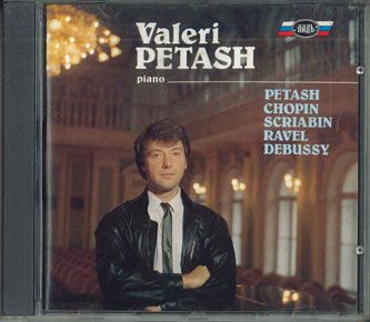 ・アーティスト Valeri Petash ・タイトル Piano ・レーベル・型番 LAD MK417110 ・フォーマット CD ・コンディション(盤) 良い (VG+) ・コンディション(ジャケット) 良い (VG+) ・コンディション(帯) オビなし ・特記事項 サンプル画像です。実際の商品の画像ではありません 商品写真はバーコード/カタログ番号に対応したサンプル画像ですので、お送りする商品の画像ではありません。帯やライナーなどの付属品は、特記事項に記載されている場合のみ含まれます。プロモやカラーレコードなどの仕様についても、該当する場合のみ特記事項に記載しています。 【ご購入前に必ずご確認ください】 ・本店サイト(www.recordcity.jp)とは価格、送料が違います ・本店サイト、その他支店のオーダーとは同梱発送できません ・注文確定後に別の注文を頂いた場合、注文同士の同梱は致しかねます。 ・別倉庫から発送しているため、店頭受け渡しは対応しておりません ・一部商品は他の通販サイトでも販売しているため、ご注文のタイミングによっては商品のご用意ができない場合がございます。 ・土日祝日はお休みです 金曜・祝前日9時以降のご連絡またはご入金は、返答または発送が週明け・祝日明けに順次対応となります。 ・ご購入後のキャンセル不可 ご購入後のキャンセルはいかなる理由においてもお受けできません。ご了承の上、ご購入くださいませ。 ・日本郵便(ゆうパック/ゆうメール)によるお届けになります。 ・中古品であることをご理解ください 当ストアでは中古商品を主に販売しております。中古品であることをご理解の上ご購入ください。また、一部商品はRecordCityオンラインストアで試聴可能です。 ・返品について お客様のご都合による返品は一切承っておりません。 表記の内容と実際の商品に相違がある場合、また針飛び等で返品・返金をご希望される場合は、商品の到着後1週間以内にご連絡ください。商品の返送をこちらで確認後、キャンセル・返金を行います。 コンディションVG以下の商品は返品できません。プレイに影響のない表面のこすれ傷、プレス起因のノイズ盤は返品の対象外です。 【コンディション表記】 ・ほぼ新品(M-)(Like New) 完全な新品。未使用。当店ではほぼ使用しません ・非常に良い(EX)(Excellent) 中古盤として美品な状態。わずかな経年を感じるものの傷みを感じさせない、当店基準で最高の状態 ・良い(VG+)(Very Good Plus) 丁寧に扱われた中古品で、軽い使用感がみられる。 ・可(VG)(Acceptable) 使い込まれた中古品で、「良い」よりもさらに使用感がみられる。 ・悪い(VG-)(Bad) 状態が悪いアイテム。使用の保障はなく、再生不可、針飛び、目立つノイズがあるかもしれない。状態によるクレーム不可。返品不可。 ・非常に悪い(G)(Very Bad) 「悪い」よりさらに状態が悪いアイテム。使用の保障はなく、再生不可、針飛び、目立つノイズがあるかもしれない。状態によるクレーム不可。返品不可。 ・ジャンク(Fair)(Junk/Fair) 割れている、反っている、水ダメージがある、カビ、ジャケットが分離している、ひどい書き込み、ひどい擦れなど最低の状態。使用の保障はなく、再生不可、針飛び、目立つノイズがあるかもしれない。状態によるクレーム不可。返品不可。 ・ジャンク(Poor)(Junk/Poor) 割れている、反っている、水ダメージがある、カビ、ジャケットが分離している、ひどい書き込み、ひどい擦れなど最低の状態。使用の保障はなく、再生不可、針飛び、目立つノイズがあるかもしれない。状態によるクレーム不可。返品不可。