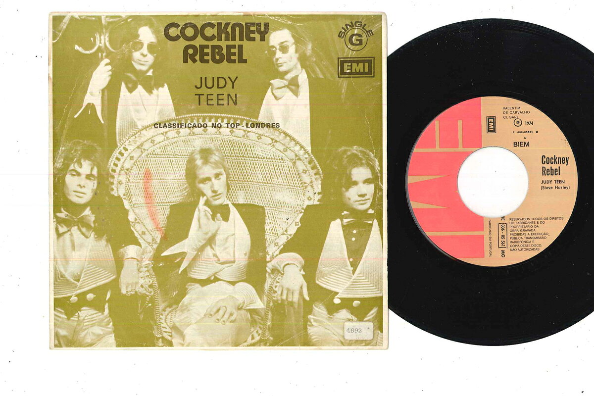 ・アーティスト Cockney Rebel ・タイトル Judy Teen ・レーベル・型番 EMI 00605561 ・フォーマット 7インチレコード ・コンディション(盤) 良い (VG+) ・コンディション(ジャケット) 可 (VG) ・コンディション(帯) オビなし ・特記事項 【レーベルに書き込み】 実際に発送される商品の画像です 【ご購入前に必ずご確認ください】 ・本店サイト(www.recordcity.jp)とは価格、送料が違います ・本店サイト、その他支店のオーダーとは同梱発送できません ・注文確定後に別の注文を頂いた場合、注文同士の同梱は致しかねます。 ・別倉庫から発送しているため、店頭受け渡しは対応しておりません ・一部商品は他の通販サイトでも販売しているため、ご注文のタイミングによっては商品のご用意ができない場合がございます。 ・土日祝日はお休みです 金曜・祝前日9時以降のご連絡またはご入金は、返答または発送が週明け・祝日明けに順次対応となります。 ・ご購入後のキャンセル不可 ご購入後のキャンセルはいかなる理由においてもお受けできません。ご了承の上、ご購入くださいませ。 ・日本郵便(ゆうパック/ゆうメール)によるお届けになります。 ・中古品であることをご理解ください 当ストアでは中古商品を主に販売しております。中古品であることをご理解の上ご購入ください。また、一部商品はRecordCityオンラインストアで試聴可能です。 ・返品について お客様のご都合による返品は一切承っておりません。 表記の内容と実際の商品に相違がある場合、また針飛び等で返品・返金をご希望される場合は、商品の到着後1週間以内にご連絡ください。商品の返送をこちらで確認後、キャンセル・返金を行います。 コンディションVG以下の商品は返品できません。プレイに影響のない表面のこすれ傷、プレス起因のノイズ盤は返品の対象外です。 【コンディション表記】 ・ほぼ新品(M-)(Like New) 完全な新品。未使用。当店ではほぼ使用しません ・非常に良い(EX)(Excellent) 中古盤として美品な状態。わずかな経年を感じるものの傷みを感じさせない、当店基準で最高の状態 ・良い(VG+)(Very Good Plus) 丁寧に扱われた中古品で、軽い使用感がみられる。 ・可(VG)(Acceptable) 使い込まれた中古品で、「良い」よりもさらに使用感がみられる。 ・悪い(VG-)(Bad) 状態が悪いアイテム。使用の保障はなく、再生不可、針飛び、目立つノイズがあるかもしれない。状態によるクレーム不可。返品不可。 ・非常に悪い(G)(Very Bad) 「悪い」よりさらに状態が悪いアイテム。使用の保障はなく、再生不可、針飛び、目立つノイズがあるかもしれない。状態によるクレーム不可。返品不可。 ・ジャンク(Fair)(Junk/Fair) 割れている、反っている、水ダメージがある、カビ、ジャケットが分離している、ひどい書き込み、ひどい擦れなど最低の状態。使用の保障はなく、再生不可、針飛び、目立つノイズがあるかもしれない。状態によるクレーム不可。返品不可。 ・ジャンク(Poor)(Junk/Poor) 割れている、反っている、水ダメージがある、カビ、ジャケットが分離している、ひどい書き込み、ひどい擦れなど最低の状態。使用の保障はなく、再生不可、針飛び、目立つノイズがあるかもしれない。状態によるクレーム不可。返品不可。
