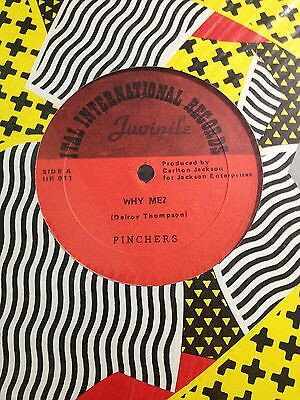 ・アーティスト Pinchers / Cedric "Im" Brooks ・タイトル Why Me / A Million Memories ・レーベル・型番 Ital International Records NONE ・フォーマット 12インチレコード ・コンディション(盤) 良い (VG+) ・コンディション(ジャケット) プレインカバー（元ジャケット／カバー無し） ・コンディション(帯) オビなし ・特記事項 サンプル画像です。実際の商品の画像ではありません 商品写真はバーコード/カタログ番号に対応したサンプル画像ですので、お送りする商品の画像ではありません。帯やライナーなどの付属品は、特記事項に記載されている場合のみ含まれます。プロモやカラーレコードなどの仕様についても、該当する場合のみ特記事項に記載しています。 【ご購入前に必ずご確認ください】 ・本店サイト(www.recordcity.jp)とは価格、送料が違います ・本店サイト、その他支店のオーダーとは同梱発送できません ・注文確定後に別の注文を頂いた場合、注文同士の同梱は致しかねます。 ・別倉庫から発送しているため、店頭受け渡しは対応しておりません ・一部商品は他の通販サイトでも販売しているため、ご注文のタイミングによっては商品のご用意ができない場合がございます。 ・土日祝日はお休みです 金曜・祝前日9時以降のご連絡またはご入金は、返答または発送が週明け・祝日明けに順次対応となります。 ・ご購入後のキャンセル不可 ご購入後のキャンセルはいかなる理由においてもお受けできません。ご了承の上、ご購入くださいませ。 ・日本郵便(ゆうパック/ゆうメール)によるお届けになります。 ・中古品であることをご理解ください 当ストアでは中古商品を主に販売しております。中古品であることをご理解の上ご購入ください。また、一部商品はRecordCityオンラインストアで試聴可能です。 ・返品について お客様のご都合による返品は一切承っておりません。 表記の内容と実際の商品に相違がある場合、また針飛び等で返品・返金をご希望される場合は、商品の到着後1週間以内にご連絡ください。商品の返送をこちらで確認後、キャンセル・返金を行います。 コンディションVG以下の商品は返品できません。プレイに影響のない表面のこすれ傷、プレス起因のノイズ盤は返品の対象外です。 【コンディション表記】 ・ほぼ新品(M-)(Like New) 完全な新品。未使用。当店ではほぼ使用しません ・非常に良い(EX)(Excellent) 中古盤として美品な状態。わずかな経年を感じるものの傷みを感じさせない、当店基準で最高の状態 ・良い(VG+)(Very Good Plus) 丁寧に扱われた中古品で、軽い使用感がみられる。 ・可(VG)(Acceptable) 使い込まれた中古品で、「良い」よりもさらに使用感がみられる。 ・悪い(VG-)(Bad) 状態が悪いアイテム。使用の保障はなく、再生不可、針飛び、目立つノイズがあるかもしれない。状態によるクレーム不可。返品不可。 ・非常に悪い(G)(Very Bad) 「悪い」よりさらに状態が悪いアイテム。使用の保障はなく、再生不可、針飛び、目立つノイズがあるかもしれない。状態によるクレーム不可。返品不可。 ・ジャンク(Fair)(Junk/Fair) 割れている、反っている、水ダメージがある、カビ、ジャケットが分離している、ひどい書き込み、ひどい擦れなど最低の状態。使用の保障はなく、再生不可、針飛び、目立つノイズがあるかもしれない。状態によるクレーム不可。返品不可。 ・ジャンク(Poor)(Junk/Poor) 割れている、反っている、水ダメージがある、カビ、ジャケットが分離している、ひどい書き込み、ひどい擦れなど最低の状態。使用の保障はなく、再生不可、針飛び、目立つノイズがあるかもしれない。状態によるクレーム不可。返品不可。