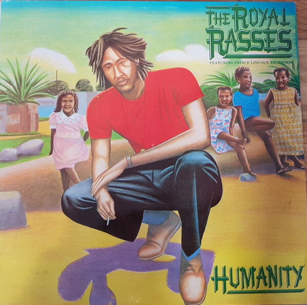 ・アーティスト The Royal Rasses ・タイトル Humanity ・レーベル・型番 God Sent Records GSLP001 ・フォーマット LPレコード ・コンディション(盤) 良い (VG+) ・コンディション(ジャケット) 良い (VG+) ・コンディション(帯) オビなし ・特記事項 サンプル画像です。実際の商品の画像ではありません 商品写真はバーコード/カタログ番号に対応したサンプル画像ですので、お送りする商品の画像ではありません。帯やライナーなどの付属品は、特記事項に記載されている場合のみ含まれます。プロモやカラーレコードなどの仕様についても、該当する場合のみ特記事項に記載しています。 【ご購入前に必ずご確認ください】 ・本店サイト(www.recordcity.jp)とは価格、送料が違います ・本店サイト、その他支店のオーダーとは同梱発送できません ・注文確定後に別の注文を頂いた場合、注文同士の同梱は致しかねます。 ・別倉庫から発送しているため、店頭受け渡しは対応しておりません ・一部商品は他の通販サイトでも販売しているため、ご注文のタイミングによっては商品のご用意ができない場合がございます。 ・土日祝日はお休みです 金曜・祝前日9時以降のご連絡またはご入金は、返答または発送が週明け・祝日明けに順次対応となります。 ・ご購入後のキャンセル不可 ご購入後のキャンセルはいかなる理由においてもお受けできません。ご了承の上、ご購入くださいませ。 ・日本郵便(ゆうパック/ゆうメール)によるお届けになります。 ・中古品であることをご理解ください 当ストアでは中古商品を主に販売しております。中古品であることをご理解の上ご購入ください。また、一部商品はRecordCityオンラインストアで試聴可能です。 ・返品について お客様のご都合による返品は一切承っておりません。 表記の内容と実際の商品に相違がある場合、また針飛び等で返品・返金をご希望される場合は、商品の到着後1週間以内にご連絡ください。商品の返送をこちらで確認後、キャンセル・返金を行います。 コンディションVG以下の商品は返品できません。プレイに影響のない表面のこすれ傷、プレス起因のノイズ盤は返品の対象外です。 【コンディション表記】 ・ほぼ新品(M-)(Like New) 完全な新品。未使用。当店ではほぼ使用しません ・非常に良い(EX)(Excellent) 中古盤として美品な状態。わずかな経年を感じるものの傷みを感じさせない、当店基準で最高の状態 ・良い(VG+)(Very Good Plus) 丁寧に扱われた中古品で、軽い使用感がみられる。 ・可(VG)(Acceptable) 使い込まれた中古品で、「良い」よりもさらに使用感がみられる。 ・悪い(VG-)(Bad) 状態が悪いアイテム。使用の保障はなく、再生不可、針飛び、目立つノイズがあるかもしれない。状態によるクレーム不可。返品不可。 ・非常に悪い(G)(Very Bad) 「悪い」よりさらに状態が悪いアイテム。使用の保障はなく、再生不可、針飛び、目立つノイズがあるかもしれない。状態によるクレーム不可。返品不可。 ・ジャンク(Fair)(Junk/Fair) 割れている、反っている、水ダメージがある、カビ、ジャケットが分離している、ひどい書き込み、ひどい擦れなど最低の状態。使用の保障はなく、再生不可、針飛び、目立つノイズがあるかもしれない。状態によるクレーム不可。返品不可。 ・ジャンク(Poor)(Junk/Poor) 割れている、反っている、水ダメージがある、カビ、ジャケットが分離している、ひどい書き込み、ひどい擦れなど最低の状態。使用の保障はなく、再生不可、針飛び、目立つノイズがあるかもしれない。状態によるクレーム不可。返品不可。