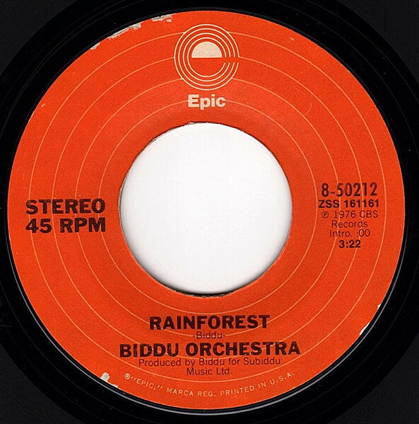 ・アーティスト Biddu Orchestra ・タイトル Rainforest ・レーベル・型番 Epic 850212 ・フォーマット 7インチレコード ・コンディション(盤) 良い (VG+) ・コンディション(ジャケット) プレインカバー（元ジャケット／カバー無し） ・コンディション(帯) オビなし ・特記事項 サンプル画像です。実際の商品の画像ではありません 商品写真はバーコード/カタログ番号に対応したサンプル画像ですので、お送りする商品の画像ではありません。帯やライナーなどの付属品は、特記事項に記載されている場合のみ含まれます。プロモやカラーレコードなどの仕様についても、該当する場合のみ特記事項に記載しています。 【ご購入前に必ずご確認ください】 ・本店サイト(www.recordcity.jp)とは価格、送料が違います ・本店サイト、その他支店のオーダーとは同梱発送できません ・注文確定後に別の注文を頂いた場合、注文同士の同梱は致しかねます。 ・別倉庫から発送しているため、店頭受け渡しは対応しておりません ・一部商品は他の通販サイトでも販売しているため、ご注文のタイミングによっては商品のご用意ができない場合がございます。 ・土日祝日はお休みです 金曜・祝前日9時以降のご連絡またはご入金は、返答または発送が週明け・祝日明けに順次対応となります。 ・ご購入後のキャンセル不可 ご購入後のキャンセルはいかなる理由においてもお受けできません。ご了承の上、ご購入くださいませ。 ・日本郵便(ゆうパック/ゆうメール)によるお届けになります。 ・中古品であることをご理解ください 当ストアでは中古商品を主に販売しております。中古品であることをご理解の上ご購入ください。また、一部商品はRecordCityオンラインストアで試聴可能です。 ・返品について お客様のご都合による返品は一切承っておりません。 表記の内容と実際の商品に相違がある場合、また針飛び等で返品・返金をご希望される場合は、商品の到着後1週間以内にご連絡ください。商品の返送をこちらで確認後、キャンセル・返金を行います。 コンディションVG以下の商品は返品できません。プレイに影響のない表面のこすれ傷、プレス起因のノイズ盤は返品の対象外です。 【コンディション表記】 ・ほぼ新品(M-)(Like New) 完全な新品。未使用。当店ではほぼ使用しません ・非常に良い(EX)(Excellent) 中古盤として美品な状態。わずかな経年を感じるものの傷みを感じさせない、当店基準で最高の状態 ・良い(VG+)(Very Good Plus) 丁寧に扱われた中古品で、軽い使用感がみられる。 ・可(VG)(Acceptable) 使い込まれた中古品で、「良い」よりもさらに使用感がみられる。 ・悪い(VG-)(Bad) 状態が悪いアイテム。使用の保障はなく、再生不可、針飛び、目立つノイズがあるかもしれない。状態によるクレーム不可。返品不可。 ・非常に悪い(G)(Very Bad) 「悪い」よりさらに状態が悪いアイテム。使用の保障はなく、再生不可、針飛び、目立つノイズがあるかもしれない。状態によるクレーム不可。返品不可。 ・ジャンク(Fair)(Junk/Fair) 割れている、反っている、水ダメージがある、カビ、ジャケットが分離している、ひどい書き込み、ひどい擦れなど最低の状態。使用の保障はなく、再生不可、針飛び、目立つノイズがあるかもしれない。状態によるクレーム不可。返品不可。 ・ジャンク(Poor)(Junk/Poor) 割れている、反っている、水ダメージがある、カビ、ジャケットが分離している、ひどい書き込み、ひどい擦れなど最低の状態。使用の保障はなく、再生不可、針飛び、目立つノイズがあるかもしれない。状態によるクレーム不可。返品不可。