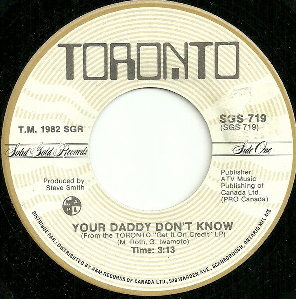 ・アーティスト Toronto ・タイトル Your Daddy Don't Know / Run For Your Life ・レーベル・型番 Solid Gold Records (2) SGS719 ・フォーマット 7インチレコード ・コンディション(盤) 良い (VG+) ・コンディション(ジャケット) プレインカバー（元ジャケット／カバー無し） ・コンディション(帯) オビなし ・特記事項 サンプル画像です。実際の商品の画像ではありません 商品写真はバーコード/カタログ番号に対応したサンプル画像ですので、お送りする商品の画像ではありません。帯やライナーなどの付属品は、特記事項に記載されている場合のみ含まれます。プロモやカラーレコードなどの仕様についても、該当する場合のみ特記事項に記載しています。 【ご購入前に必ずご確認ください】 ・本店サイト(www.recordcity.jp)とは価格、送料が違います ・本店サイト、その他支店のオーダーとは同梱発送できません ・注文確定後に別の注文を頂いた場合、注文同士の同梱は致しかねます。 ・別倉庫から発送しているため、店頭受け渡しは対応しておりません ・一部商品は他の通販サイトでも販売しているため、ご注文のタイミングによっては商品のご用意ができない場合がございます。 ・土日祝日はお休みです 金曜・祝前日9時以降のご連絡またはご入金は、返答または発送が週明け・祝日明けに順次対応となります。 ・ご購入後のキャンセル不可 ご購入後のキャンセルはいかなる理由においてもお受けできません。ご了承の上、ご購入くださいませ。 ・日本郵便(ゆうパック/ゆうメール)によるお届けになります。 ・中古品であることをご理解ください 当ストアでは中古商品を主に販売しております。中古品であることをご理解の上ご購入ください。また、一部商品はRecordCityオンラインストアで試聴可能です。 ・返品について お客様のご都合による返品は一切承っておりません。 表記の内容と実際の商品に相違がある場合、また針飛び等で返品・返金をご希望される場合は、商品の到着後1週間以内にご連絡ください。商品の返送をこちらで確認後、キャンセル・返金を行います。 コンディションVG以下の商品は返品できません。プレイに影響のない表面のこすれ傷、プレス起因のノイズ盤は返品の対象外です。 【コンディション表記】 ・ほぼ新品(M-)(Like New) 完全な新品。未使用。当店ではほぼ使用しません ・非常に良い(EX)(Excellent) 中古盤として美品な状態。わずかな経年を感じるものの傷みを感じさせない、当店基準で最高の状態 ・良い(VG+)(Very Good Plus) 丁寧に扱われた中古品で、軽い使用感がみられる。 ・可(VG)(Acceptable) 使い込まれた中古品で、「良い」よりもさらに使用感がみられる。 ・悪い(VG-)(Bad) 状態が悪いアイテム。使用の保障はなく、再生不可、針飛び、目立つノイズがあるかもしれない。状態によるクレーム不可。返品不可。 ・非常に悪い(G)(Very Bad) 「悪い」よりさらに状態が悪いアイテム。使用の保障はなく、再生不可、針飛び、目立つノイズがあるかもしれない。状態によるクレーム不可。返品不可。 ・ジャンク(Fair)(Junk/Fair) 割れている、反っている、水ダメージがある、カビ、ジャケットが分離している、ひどい書き込み、ひどい擦れなど最低の状態。使用の保障はなく、再生不可、針飛び、目立つノイズがあるかもしれない。状態によるクレーム不可。返品不可。 ・ジャンク(Poor)(Junk/Poor) 割れている、反っている、水ダメージがある、カビ、ジャケットが分離している、ひどい書き込み、ひどい擦れなど最低の状態。使用の保障はなく、再生不可、針飛び、目立つノイズがあるかもしれない。状態によるクレーム不可。返品不可。