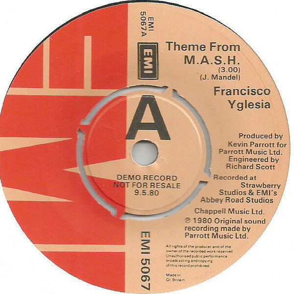 ・アーティスト Francisco Yglesia ・タイトル Theme From M.A.S.H ・レーベル・型番 EMI EMI5067 ・フォーマット 7インチレコード ・コンディション(盤) 良い (VG+) ・コンディション(ジャケット) プレインカバー（元ジャケット／カバー無し） ・コンディション(帯) オビなし ・特記事項 【盤に薄い跡】 サンプル画像です。実際の商品の画像ではありません 商品写真はバーコード/カタログ番号に対応したサンプル画像ですので、お送りする商品の画像ではありません。帯やライナーなどの付属品は、特記事項に記載されている場合のみ含まれます。プロモやカラーレコードなどの仕様についても、該当する場合のみ特記事項に記載しています。 【ご購入前に必ずご確認ください】 ・本店サイト(www.recordcity.jp)とは価格、送料が違います ・本店サイト、その他支店のオーダーとは同梱発送できません ・注文確定後に別の注文を頂いた場合、注文同士の同梱は致しかねます。 ・別倉庫から発送しているため、店頭受け渡しは対応しておりません ・一部商品は他の通販サイトでも販売しているため、ご注文のタイミングによっては商品のご用意ができない場合がございます。 ・土日祝日はお休みです 金曜・祝前日9時以降のご連絡またはご入金は、返答または発送が週明け・祝日明けに順次対応となります。 ・ご購入後のキャンセル不可 ご購入後のキャンセルはいかなる理由においてもお受けできません。ご了承の上、ご購入くださいませ。 ・日本郵便(ゆうパック/ゆうメール)によるお届けになります。 ・中古品であることをご理解ください 当ストアでは中古商品を主に販売しております。中古品であることをご理解の上ご購入ください。また、一部商品はRecordCityオンラインストアで試聴可能です。 ・返品について お客様のご都合による返品は一切承っておりません。 表記の内容と実際の商品に相違がある場合、また針飛び等で返品・返金をご希望される場合は、商品の到着後1週間以内にご連絡ください。商品の返送をこちらで確認後、キャンセル・返金を行います。 コンディションVG以下の商品は返品できません。プレイに影響のない表面のこすれ傷、プレス起因のノイズ盤は返品の対象外です。 【コンディション表記】 ・ほぼ新品(M-)(Like New) 完全な新品。未使用。当店ではほぼ使用しません ・非常に良い(EX)(Excellent) 中古盤として美品な状態。わずかな経年を感じるものの傷みを感じさせない、当店基準で最高の状態 ・良い(VG+)(Very Good Plus) 丁寧に扱われた中古品で、軽い使用感がみられる。 ・可(VG)(Acceptable) 使い込まれた中古品で、「良い」よりもさらに使用感がみられる。 ・悪い(VG-)(Bad) 状態が悪いアイテム。使用の保障はなく、再生不可、針飛び、目立つノイズがあるかもしれない。状態によるクレーム不可。返品不可。 ・非常に悪い(G)(Very Bad) 「悪い」よりさらに状態が悪いアイテム。使用の保障はなく、再生不可、針飛び、目立つノイズがあるかもしれない。状態によるクレーム不可。返品不可。 ・ジャンク(Fair)(Junk/Fair) 割れている、反っている、水ダメージがある、カビ、ジャケットが分離している、ひどい書き込み、ひどい擦れなど最低の状態。使用の保障はなく、再生不可、針飛び、目立つノイズがあるかもしれない。状態によるクレーム不可。返品不可。 ・ジャンク(Poor)(Junk/Poor) 割れている、反っている、水ダメージがある、カビ、ジャケットが分離している、ひどい書き込み、ひどい擦れなど最低の状態。使用の保障はなく、再生不可、針飛び、目立つノイズがあるかもしれない。状態によるクレーム不可。返品不可。