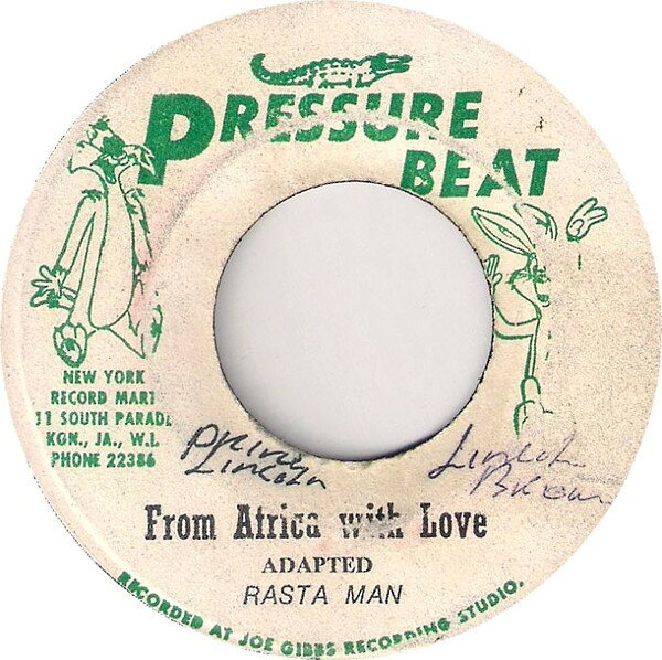 ・アーティスト Rasta Man (2) / Cat Campbell ・タイトル From Africa With Love / By The River Brown Sugar ・レーベル・型番 Pressure Beat NONE ・フォーマット 7インチレコード ・コンディション(盤) 可 (VG) ・コンディション(ジャケット) ・コンディション(帯) オビなし ・特記事項 【盤に目立った跡】【盤に小さいキズ】【レーベルにダメージ】 サンプル画像です。実際の商品の画像ではありません 商品写真はバーコード/カタログ番号に対応したサンプル画像ですので、お送りする商品の画像ではありません。帯やライナーなどの付属品は、特記事項に記載されている場合のみ含まれます。プロモやカラーレコードなどの仕様についても、該当する場合のみ特記事項に記載しています。 【ご購入前に必ずご確認ください】 ・本店サイト(www.recordcity.jp)とは価格、送料が違います ・本店サイト、その他支店のオーダーとは同梱発送できません ・注文確定後に別の注文を頂いた場合、注文同士の同梱は致しかねます。 ・別倉庫から発送しているため、店頭受け渡しは対応しておりません ・一部商品は他の通販サイトでも販売しているため、ご注文のタイミングによっては商品のご用意ができない場合がございます。 ・土日祝日はお休みです 金曜・祝前日9時以降のご連絡またはご入金は、返答または発送が週明け・祝日明けに順次対応となります。 ・ご購入後のキャンセル不可 ご購入後のキャンセルはいかなる理由においてもお受けできません。ご了承の上、ご購入くださいませ。 ・日本郵便(ゆうパック/ゆうメール)によるお届けになります。 ・中古品であることをご理解ください 当ストアでは中古商品を主に販売しております。中古品であることをご理解の上ご購入ください。また、一部商品はRecordCityオンラインストアで試聴可能です。 ・返品について お客様のご都合による返品は一切承っておりません。 表記の内容と実際の商品に相違がある場合、また針飛び等で返品・返金をご希望される場合は、商品の到着後1週間以内にご連絡ください。商品の返送をこちらで確認後、キャンセル・返金を行います。 コンディションVG以下の商品は返品できません。プレイに影響のない表面のこすれ傷、プレス起因のノイズ盤は返品の対象外です。 【コンディション表記】 ・ほぼ新品(M-)(Like New) 完全な新品。未使用。当店ではほぼ使用しません ・非常に良い(EX)(Excellent) 中古盤として美品な状態。わずかな経年を感じるものの傷みを感じさせない、当店基準で最高の状態 ・良い(VG+)(Very Good Plus) 丁寧に扱われた中古品で、軽い使用感がみられる。 ・可(VG)(Acceptable) 使い込まれた中古品で、「良い」よりもさらに使用感がみられる。 ・悪い(VG-)(Bad) 状態が悪いアイテム。使用の保障はなく、再生不可、針飛び、目立つノイズがあるかもしれない。状態によるクレーム不可。返品不可。 ・非常に悪い(G)(Very Bad) 「悪い」よりさらに状態が悪いアイテム。使用の保障はなく、再生不可、針飛び、目立つノイズがあるかもしれない。状態によるクレーム不可。返品不可。 ・ジャンク(Fair)(Junk/Fair) 割れている、反っている、水ダメージがある、カビ、ジャケットが分離している、ひどい書き込み、ひどい擦れなど最低の状態。使用の保障はなく、再生不可、針飛び、目立つノイズがあるかもしれない。状態によるクレーム不可。返品不可。 ・ジャンク(Poor)(Junk/Poor) 割れている、反っている、水ダメージがある、カビ、ジャケットが分離している、ひどい書き込み、ひどい擦れなど最低の状態。使用の保障はなく、再生不可、針飛び、目立つノイズがあるかもしれない。状態によるクレーム不可。返品不可。