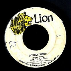 ・アーティスト Heron Ottar ・タイトル Lonely Room ・レーベル・型番 Lion L07 ・フォーマット 7インチレコード ・コンディション(盤) 可 (VG) ・コンディション(ジャケット) ・コンディション(帯) オビなし ・特記事項 【レーベルに書き込み】【盤に小さいキズ】【盤に目立った跡】 サンプル画像です。実際の商品の画像ではありません 商品写真はバーコード/カタログ番号に対応したサンプル画像ですので、お送りする商品の画像ではありません。帯やライナーなどの付属品は、特記事項に記載されている場合のみ含まれます。プロモやカラーレコードなどの仕様についても、該当する場合のみ特記事項に記載しています。 【ご購入前に必ずご確認ください】 ・本店サイト(www.recordcity.jp)とは価格、送料が違います ・本店サイト、その他支店のオーダーとは同梱発送できません ・注文確定後に別の注文を頂いた場合、注文同士の同梱は致しかねます。 ・別倉庫から発送しているため、店頭受け渡しは対応しておりません ・一部商品は他の通販サイトでも販売しているため、ご注文のタイミングによっては商品のご用意ができない場合がございます。 ・土日祝日はお休みです 金曜・祝前日9時以降のご連絡またはご入金は、返答または発送が週明け・祝日明けに順次対応となります。 ・ご購入後のキャンセル不可 ご購入後のキャンセルはいかなる理由においてもお受けできません。ご了承の上、ご購入くださいませ。 ・日本郵便(ゆうパック/ゆうメール)によるお届けになります。 ・中古品であることをご理解ください 当ストアでは中古商品を主に販売しております。中古品であることをご理解の上ご購入ください。また、一部商品はRecordCityオンラインストアで試聴可能です。 ・返品について お客様のご都合による返品は一切承っておりません。 表記の内容と実際の商品に相違がある場合、また針飛び等で返品・返金をご希望される場合は、商品の到着後1週間以内にご連絡ください。商品の返送をこちらで確認後、キャンセル・返金を行います。 コンディションVG以下の商品は返品できません。プレイに影響のない表面のこすれ傷、プレス起因のノイズ盤は返品の対象外です。 【コンディション表記】 ・ほぼ新品(M-)(Like New) 完全な新品。未使用。当店ではほぼ使用しません ・非常に良い(EX)(Excellent) 中古盤として美品な状態。わずかな経年を感じるものの傷みを感じさせない、当店基準で最高の状態 ・良い(VG+)(Very Good Plus) 丁寧に扱われた中古品で、軽い使用感がみられる。 ・可(VG)(Acceptable) 使い込まれた中古品で、「良い」よりもさらに使用感がみられる。 ・悪い(VG-)(Bad) 状態が悪いアイテム。使用の保障はなく、再生不可、針飛び、目立つノイズがあるかもしれない。状態によるクレーム不可。返品不可。 ・非常に悪い(G)(Very Bad) 「悪い」よりさらに状態が悪いアイテム。使用の保障はなく、再生不可、針飛び、目立つノイズがあるかもしれない。状態によるクレーム不可。返品不可。 ・ジャンク(Fair)(Junk/Fair) 割れている、反っている、水ダメージがある、カビ、ジャケットが分離している、ひどい書き込み、ひどい擦れなど最低の状態。使用の保障はなく、再生不可、針飛び、目立つノイズがあるかもしれない。状態によるクレーム不可。返品不可。 ・ジャンク(Poor)(Junk/Poor) 割れている、反っている、水ダメージがある、カビ、ジャケットが分離している、ひどい書き込み、ひどい擦れなど最低の状態。使用の保障はなく、再生不可、針飛び、目立つノイズがあるかもしれない。状態によるクレーム不可。返品不可。