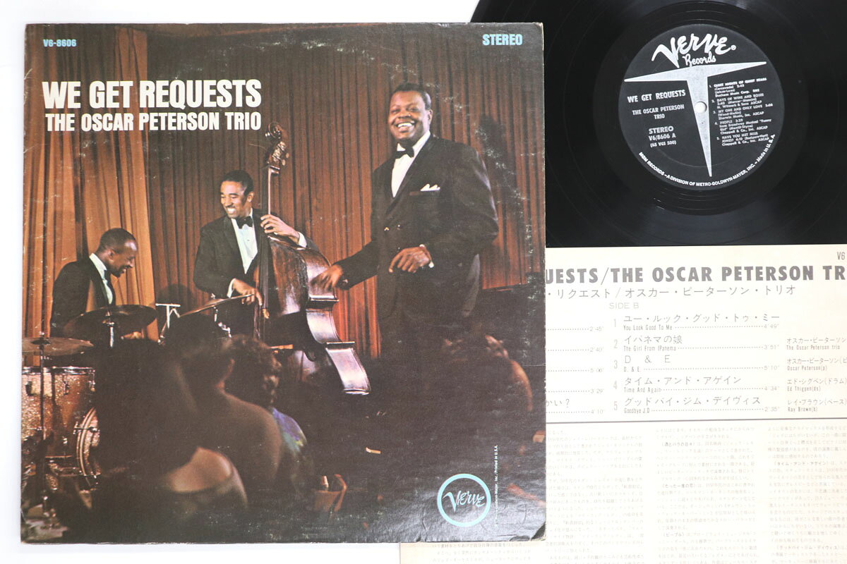 ・アーティスト Oscar Peterson ・タイトル We Get Requests ・レーベル・型番 VERVE V68606 ・フォーマット LPレコード ・コンディション(盤) 良い (VG+) ・コンディション(ジャケット) 良い (VG+) ・コンディション(帯) オビなし ・特記事項 【ライナー付き】 【カバーにキズ/ダメージ】 実際に発送される商品の画像です 【ご購入前に必ずご確認ください】 ・本店サイト(www.recordcity.jp)とは価格、送料が違います ・本店サイト、その他支店のオーダーとは同梱発送できません ・注文確定後に別の注文を頂いた場合、注文同士の同梱は致しかねます。 ・別倉庫から発送しているため、店頭受け渡しは対応しておりません ・一部商品は他の通販サイトでも販売しているため、ご注文のタイミングによっては商品のご用意ができない場合がございます。 ・土日祝日はお休みです 金曜・祝前日9時以降のご連絡またはご入金は、返答または発送が週明け・祝日明けに順次対応となります。 ・ご購入後のキャンセル不可 ご購入後のキャンセルはいかなる理由においてもお受けできません。ご了承の上、ご購入くださいませ。 ・日本郵便(ゆうパック/ゆうメール)によるお届けになります。 ・中古品であることをご理解ください 当ストアでは中古商品を主に販売しております。中古品であることをご理解の上ご購入ください。また、一部商品はRecordCityオンラインストアで試聴可能です。 ・返品について お客様のご都合による返品は一切承っておりません。 表記の内容と実際の商品に相違がある場合、また針飛び等で返品・返金をご希望される場合は、商品の到着後1週間以内にご連絡ください。商品の返送をこちらで確認後、キャンセル・返金を行います。 コンディションVG以下の商品は返品できません。プレイに影響のない表面のこすれ傷、プレス起因のノイズ盤は返品の対象外です。 【コンディション表記】 ・ほぼ新品(M-)(Like New) 完全な新品。未使用。当店ではほぼ使用しません ・非常に良い(EX)(Excellent) 中古盤として美品な状態。わずかな経年を感じるものの傷みを感じさせない、当店基準で最高の状態 ・良い(VG+)(Very Good Plus) 丁寧に扱われた中古品で、軽い使用感がみられる。 ・可(VG)(Acceptable) 使い込まれた中古品で、「良い」よりもさらに使用感がみられる。 ・悪い(VG-)(Bad) 状態が悪いアイテム。使用の保障はなく、再生不可、針飛び、目立つノイズがあるかもしれない。状態によるクレーム不可。返品不可。 ・非常に悪い(G)(Very Bad) 「悪い」よりさらに状態が悪いアイテム。使用の保障はなく、再生不可、針飛び、目立つノイズがあるかもしれない。状態によるクレーム不可。返品不可。 ・ジャンク(Fair)(Junk/Fair) 割れている、反っている、水ダメージがある、カビ、ジャケットが分離している、ひどい書き込み、ひどい擦れなど最低の状態。使用の保障はなく、再生不可、針飛び、目立つノイズがあるかもしれない。状態によるクレーム不可。返品不可。 ・ジャンク(Poor)(Junk/Poor) 割れている、反っている、水ダメージがある、カビ、ジャケットが分離している、ひどい書き込み、ひどい擦れなど最低の状態。使用の保障はなく、再生不可、針飛び、目立つノイズがあるかもしれない。状態によるクレーム不可。返品不可。