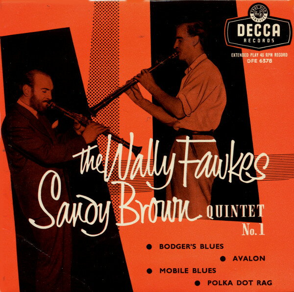 ・アーティスト Wally Fawkes-Sandy Brown Quintet ・タイトル The Wally Fawkes-Sandy Brown Quintet No. 1 ・レーベル・型番 Decca DFE6378 ・フォーマット 7インチレコード ・コンディション(盤) 良い (VG+) ・コンディション(ジャケット) 可 (VG) ・コンディション(帯) オビなし ・特記事項 【カバー折れ/しわ】 サンプル画像です。実際の商品の画像ではありません 商品写真はバーコード/カタログ番号に対応したサンプル画像ですので、お送りする商品の画像ではありません。帯やライナーなどの付属品は、特記事項に記載されている場合のみ含まれます。プロモやカラーレコードなどの仕様についても、該当する場合のみ特記事項に記載しています。 【ご購入前に必ずご確認ください】 ・本店サイト(www.recordcity.jp)とは価格、送料が違います ・本店サイト、その他支店のオーダーとは同梱発送できません ・注文確定後に別の注文を頂いた場合、注文同士の同梱は致しかねます。 ・別倉庫から発送しているため、店頭受け渡しは対応しておりません ・一部商品は他の通販サイトでも販売しているため、ご注文のタイミングによっては商品のご用意ができない場合がございます。 ・土日祝日はお休みです 金曜・祝前日9時以降のご連絡またはご入金は、返答または発送が週明け・祝日明けに順次対応となります。 ・ご購入後のキャンセル不可 ご購入後のキャンセルはいかなる理由においてもお受けできません。ご了承の上、ご購入くださいませ。 ・日本郵便(ゆうパック/ゆうメール)によるお届けになります。 ・中古品であることをご理解ください 当ストアでは中古商品を主に販売しております。中古品であることをご理解の上ご購入ください。また、一部商品はRecordCityオンラインストアで試聴可能です。 ・返品について お客様のご都合による返品は一切承っておりません。 表記の内容と実際の商品に相違がある場合、また針飛び等で返品・返金をご希望される場合は、商品の到着後1週間以内にご連絡ください。商品の返送をこちらで確認後、キャンセル・返金を行います。 コンディションVG以下の商品は返品できません。プレイに影響のない表面のこすれ傷、プレス起因のノイズ盤は返品の対象外です。 【コンディション表記】 ・ほぼ新品(M-)(Like New) 完全な新品。未使用。当店ではほぼ使用しません ・非常に良い(EX)(Excellent) 中古盤として美品な状態。わずかな経年を感じるものの傷みを感じさせない、当店基準で最高の状態 ・良い(VG+)(Very Good Plus) 丁寧に扱われた中古品で、軽い使用感がみられる。 ・可(VG)(Acceptable) 使い込まれた中古品で、「良い」よりもさらに使用感がみられる。 ・悪い(VG-)(Bad) 状態が悪いアイテム。使用の保障はなく、再生不可、針飛び、目立つノイズがあるかもしれない。状態によるクレーム不可。返品不可。 ・非常に悪い(G)(Very Bad) 「悪い」よりさらに状態が悪いアイテム。使用の保障はなく、再生不可、針飛び、目立つノイズがあるかもしれない。状態によるクレーム不可。返品不可。 ・ジャンク(Fair)(Junk/Fair) 割れている、反っている、水ダメージがある、カビ、ジャケットが分離している、ひどい書き込み、ひどい擦れなど最低の状態。使用の保障はなく、再生不可、針飛び、目立つノイズがあるかもしれない。状態によるクレーム不可。返品不可。 ・ジャンク(Poor)(Junk/Poor) 割れている、反っている、水ダメージがある、カビ、ジャケットが分離している、ひどい書き込み、ひどい擦れなど最低の状態。使用の保障はなく、再生不可、針飛び、目立つノイズがあるかもしれない。状態によるクレーム不可。返品不可。