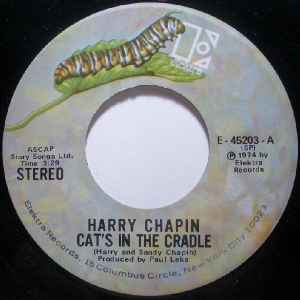 ・アーティスト Harry Chapin ・タイトル Cat's In The Cradle ・レーベル・型番 Elektra E45203 ・フォーマット 7インチレコード ・コンディション(盤) 良い (VG+) ・コンディション(ジャケット) プレインカバー（元ジャケット／カバー無し） ・コンディション(帯) オビなし ・特記事項 サンプル画像です。実際の商品の画像ではありません 商品写真はバーコード/カタログ番号に対応したサンプル画像ですので、お送りする商品の画像ではありません。帯やライナーなどの付属品は、特記事項に記載されている場合のみ含まれます。プロモやカラーレコードなどの仕様についても、該当する場合のみ特記事項に記載しています。 【ご購入前に必ずご確認ください】 ・本店サイト(www.recordcity.jp)とは価格、送料が違います ・本店サイト、その他支店のオーダーとは同梱発送できません ・注文確定後に別の注文を頂いた場合、注文同士の同梱は致しかねます。 ・別倉庫から発送しているため、店頭受け渡しは対応しておりません ・一部商品は他の通販サイトでも販売しているため、ご注文のタイミングによっては商品のご用意ができない場合がございます。 ・土日祝日はお休みです 金曜・祝前日9時以降のご連絡またはご入金は、返答または発送が週明け・祝日明けに順次対応となります。 ・ご購入後のキャンセル不可 ご購入後のキャンセルはいかなる理由においてもお受けできません。ご了承の上、ご購入くださいませ。 ・日本郵便(ゆうパック/ゆうメール)によるお届けになります。 ・中古品であることをご理解ください 当ストアでは中古商品を主に販売しております。中古品であることをご理解の上ご購入ください。また、一部商品はRecordCityオンラインストアで試聴可能です。 ・返品について お客様のご都合による返品は一切承っておりません。 表記の内容と実際の商品に相違がある場合、また針飛び等で返品・返金をご希望される場合は、商品の到着後1週間以内にご連絡ください。商品の返送をこちらで確認後、キャンセル・返金を行います。 コンディションVG以下の商品は返品できません。プレイに影響のない表面のこすれ傷、プレス起因のノイズ盤は返品の対象外です。 【コンディション表記】 ・ほぼ新品(M-)(Like New) 完全な新品。未使用。当店ではほぼ使用しません ・非常に良い(EX)(Excellent) 中古盤として美品な状態。わずかな経年を感じるものの傷みを感じさせない、当店基準で最高の状態 ・良い(VG+)(Very Good Plus) 丁寧に扱われた中古品で、軽い使用感がみられる。 ・可(VG)(Acceptable) 使い込まれた中古品で、「良い」よりもさらに使用感がみられる。 ・悪い(VG-)(Bad) 状態が悪いアイテム。使用の保障はなく、再生不可、針飛び、目立つノイズがあるかもしれない。状態によるクレーム不可。返品不可。 ・非常に悪い(G)(Very Bad) 「悪い」よりさらに状態が悪いアイテム。使用の保障はなく、再生不可、針飛び、目立つノイズがあるかもしれない。状態によるクレーム不可。返品不可。 ・ジャンク(Fair)(Junk/Fair) 割れている、反っている、水ダメージがある、カビ、ジャケットが分離している、ひどい書き込み、ひどい擦れなど最低の状態。使用の保障はなく、再生不可、針飛び、目立つノイズがあるかもしれない。状態によるクレーム不可。返品不可。 ・ジャンク(Poor)(Junk/Poor) 割れている、反っている、水ダメージがある、カビ、ジャケットが分離している、ひどい書き込み、ひどい擦れなど最低の状態。使用の保障はなく、再生不可、針飛び、目立つノイズがあるかもしれない。状態によるクレーム不可。返品不可。