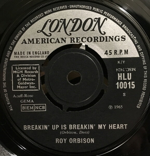 ・アーティスト Roy Orbison ・タイトル Breakin' Up Is Breakin' My Heart ・レーベル・型番 London Records HLU10015 ・フォーマット 7インチレコード ・コンディション(盤) 良い (VG+) ・コンディション(ジャケット) カバーなし ・コンディション(帯) オビなし ・特記事項 【盤に薄い跡】 サンプル画像です。実際の商品の画像ではありません 商品写真はバーコード/カタログ番号に対応したサンプル画像ですので、お送りする商品の画像ではありません。帯やライナーなどの付属品は、特記事項に記載されている場合のみ含まれます。プロモやカラーレコードなどの仕様についても、該当する場合のみ特記事項に記載しています。 【ご購入前に必ずご確認ください】 ・本店サイト(www.recordcity.jp)とは価格、送料が違います ・本店サイト、その他支店のオーダーとは同梱発送できません ・注文確定後に別の注文を頂いた場合、注文同士の同梱は致しかねます。 ・別倉庫から発送しているため、店頭受け渡しは対応しておりません ・一部商品は他の通販サイトでも販売しているため、ご注文のタイミングによっては商品のご用意ができない場合がございます。 ・土日祝日はお休みです 金曜・祝前日9時以降のご連絡またはご入金は、返答または発送が週明け・祝日明けに順次対応となります。 ・ご購入後のキャンセル不可 ご購入後のキャンセルはいかなる理由においてもお受けできません。ご了承の上、ご購入くださいませ。 ・日本郵便(ゆうパック/ゆうメール)によるお届けになります。 ・中古品であることをご理解ください 当ストアでは中古商品を主に販売しております。中古品であることをご理解の上ご購入ください。また、一部商品はRecordCityオンラインストアで試聴可能です。 ・返品について お客様のご都合による返品は一切承っておりません。 表記の内容と実際の商品に相違がある場合、また針飛び等で返品・返金をご希望される場合は、商品の到着後1週間以内にご連絡ください。商品の返送をこちらで確認後、キャンセル・返金を行います。 コンディションVG以下の商品は返品できません。プレイに影響のない表面のこすれ傷、プレス起因のノイズ盤は返品の対象外です。 【コンディション表記】 ・ほぼ新品(M-)(Like New) 完全な新品。未使用。当店ではほぼ使用しません ・非常に良い(EX)(Excellent) 中古盤として美品な状態。わずかな経年を感じるものの傷みを感じさせない、当店基準で最高の状態 ・良い(VG+)(Very Good Plus) 丁寧に扱われた中古品で、軽い使用感がみられる。 ・可(VG)(Acceptable) 使い込まれた中古品で、「良い」よりもさらに使用感がみられる。 ・悪い(VG-)(Bad) 状態が悪いアイテム。使用の保障はなく、再生不可、針飛び、目立つノイズがあるかもしれない。状態によるクレーム不可。返品不可。 ・非常に悪い(G)(Very Bad) 「悪い」よりさらに状態が悪いアイテム。使用の保障はなく、再生不可、針飛び、目立つノイズがあるかもしれない。状態によるクレーム不可。返品不可。 ・ジャンク(Fair)(Junk/Fair) 割れている、反っている、水ダメージがある、カビ、ジャケットが分離している、ひどい書き込み、ひどい擦れなど最低の状態。使用の保障はなく、再生不可、針飛び、目立つノイズがあるかもしれない。状態によるクレーム不可。返品不可。 ・ジャンク(Poor)(Junk/Poor) 割れている、反っている、水ダメージがある、カビ、ジャケットが分離している、ひどい書き込み、ひどい擦れなど最低の状態。使用の保障はなく、再生不可、針飛び、目立つノイズがあるかもしれない。状態によるクレーム不可。返品不可。