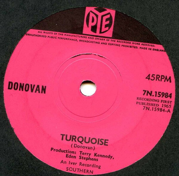 ・アーティスト Donovan ・タイトル Turquoise ・レーベル・型番 Pye Records 7N15984 ・フォーマット 7インチレコード ・コンディション(盤) 良い (VG+) ・コンディション(ジャケット) プレインカバー（元ジャケット／カバー無し） ・コンディション(帯) オビなし ・特記事項 【盤に薄い跡】【盤汚れ】 サンプル画像です。実際の商品の画像ではありません 商品写真はバーコード/カタログ番号に対応したサンプル画像ですので、お送りする商品の画像ではありません。帯やライナーなどの付属品は、特記事項に記載されている場合のみ含まれます。プロモやカラーレコードなどの仕様についても、該当する場合のみ特記事項に記載しています。 【ご購入前に必ずご確認ください】 ・本店サイト(www.recordcity.jp)とは価格、送料が違います ・本店サイト、その他支店のオーダーとは同梱発送できません ・注文確定後に別の注文を頂いた場合、注文同士の同梱は致しかねます。 ・別倉庫から発送しているため、店頭受け渡しは対応しておりません ・一部商品は他の通販サイトでも販売しているため、ご注文のタイミングによっては商品のご用意ができない場合がございます。 ・土日祝日はお休みです 金曜・祝前日9時以降のご連絡またはご入金は、返答または発送が週明け・祝日明けに順次対応となります。 ・ご購入後のキャンセル不可 ご購入後のキャンセルはいかなる理由においてもお受けできません。ご了承の上、ご購入くださいませ。 ・日本郵便(ゆうパック/ゆうメール)によるお届けになります。 ・中古品であることをご理解ください 当ストアでは中古商品を主に販売しております。中古品であることをご理解の上ご購入ください。また、一部商品はRecordCityオンラインストアで試聴可能です。 ・返品について お客様のご都合による返品は一切承っておりません。 表記の内容と実際の商品に相違がある場合、また針飛び等で返品・返金をご希望される場合は、商品の到着後1週間以内にご連絡ください。商品の返送をこちらで確認後、キャンセル・返金を行います。 コンディションVG以下の商品は返品できません。プレイに影響のない表面のこすれ傷、プレス起因のノイズ盤は返品の対象外です。 【コンディション表記】 ・ほぼ新品(M-)(Like New) 完全な新品。未使用。当店ではほぼ使用しません ・非常に良い(EX)(Excellent) 中古盤として美品な状態。わずかな経年を感じるものの傷みを感じさせない、当店基準で最高の状態 ・良い(VG+)(Very Good Plus) 丁寧に扱われた中古品で、軽い使用感がみられる。 ・可(VG)(Acceptable) 使い込まれた中古品で、「良い」よりもさらに使用感がみられる。 ・悪い(VG-)(Bad) 状態が悪いアイテム。使用の保障はなく、再生不可、針飛び、目立つノイズがあるかもしれない。状態によるクレーム不可。返品不可。 ・非常に悪い(G)(Very Bad) 「悪い」よりさらに状態が悪いアイテム。使用の保障はなく、再生不可、針飛び、目立つノイズがあるかもしれない。状態によるクレーム不可。返品不可。 ・ジャンク(Fair)(Junk/Fair) 割れている、反っている、水ダメージがある、カビ、ジャケットが分離している、ひどい書き込み、ひどい擦れなど最低の状態。使用の保障はなく、再生不可、針飛び、目立つノイズがあるかもしれない。状態によるクレーム不可。返品不可。 ・ジャンク(Poor)(Junk/Poor) 割れている、反っている、水ダメージがある、カビ、ジャケットが分離している、ひどい書き込み、ひどい擦れなど最低の状態。使用の保障はなく、再生不可、針飛び、目立つノイズがあるかもしれない。状態によるクレーム不可。返品不可。