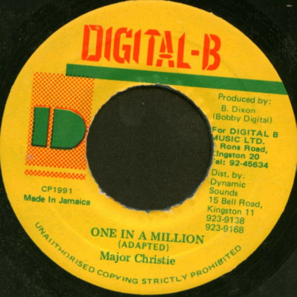 ・アーティスト Major Christie ・タイトル One In A Million ・レーベル・型番 Digital-B NONE ・フォーマット 7インチレコード ・コンディション(盤) 良い (VG+) ・コンディション(ジャケット) ・コンディション(帯) オビなし ・特記事項 【盤に浅い跡】 サンプル画像です。実際の商品の画像ではありません 商品写真はバーコード/カタログ番号に対応したサンプル画像ですので、お送りする商品の画像ではありません。帯やライナーなどの付属品は、特記事項に記載されている場合のみ含まれます。プロモやカラーレコードなどの仕様についても、該当する場合のみ特記事項に記載しています。 【ご購入前に必ずご確認ください】 ・本店サイト(www.recordcity.jp)とは価格、送料が違います ・本店サイト、その他支店のオーダーとは同梱発送できません ・注文確定後に別の注文を頂いた場合、注文同士の同梱は致しかねます。 ・別倉庫から発送しているため、店頭受け渡しは対応しておりません ・一部商品は他の通販サイトでも販売しているため、ご注文のタイミングによっては商品のご用意ができない場合がございます。 ・土日祝日はお休みです 金曜・祝前日9時以降のご連絡またはご入金は、返答または発送が週明け・祝日明けに順次対応となります。 ・ご購入後のキャンセル不可 ご購入後のキャンセルはいかなる理由においてもお受けできません。ご了承の上、ご購入くださいませ。 ・日本郵便(ゆうパック/ゆうメール)によるお届けになります。 ・中古品であることをご理解ください 当ストアでは中古商品を主に販売しております。中古品であることをご理解の上ご購入ください。また、一部商品はRecordCityオンラインストアで試聴可能です。 ・返品について お客様のご都合による返品は一切承っておりません。 表記の内容と実際の商品に相違がある場合、また針飛び等で返品・返金をご希望される場合は、商品の到着後1週間以内にご連絡ください。商品の返送をこちらで確認後、キャンセル・返金を行います。 コンディションVG以下の商品は返品できません。プレイに影響のない表面のこすれ傷、プレス起因のノイズ盤は返品の対象外です。 【コンディション表記】 ・ほぼ新品(M-)(Like New) 完全な新品。未使用。当店ではほぼ使用しません ・非常に良い(EX)(Excellent) 中古盤として美品な状態。わずかな経年を感じるものの傷みを感じさせない、当店基準で最高の状態 ・良い(VG+)(Very Good Plus) 丁寧に扱われた中古品で、軽い使用感がみられる。 ・可(VG)(Acceptable) 使い込まれた中古品で、「良い」よりもさらに使用感がみられる。 ・悪い(VG-)(Bad) 状態が悪いアイテム。使用の保障はなく、再生不可、針飛び、目立つノイズがあるかもしれない。状態によるクレーム不可。返品不可。 ・非常に悪い(G)(Very Bad) 「悪い」よりさらに状態が悪いアイテム。使用の保障はなく、再生不可、針飛び、目立つノイズがあるかもしれない。状態によるクレーム不可。返品不可。 ・ジャンク(Fair)(Junk/Fair) 割れている、反っている、水ダメージがある、カビ、ジャケットが分離している、ひどい書き込み、ひどい擦れなど最低の状態。使用の保障はなく、再生不可、針飛び、目立つノイズがあるかもしれない。状態によるクレーム不可。返品不可。 ・ジャンク(Poor)(Junk/Poor) 割れている、反っている、水ダメージがある、カビ、ジャケットが分離している、ひどい書き込み、ひどい擦れなど最低の状態。使用の保障はなく、再生不可、針飛び、目立つノイズがあるかもしれない。状態によるクレーム不可。返品不可。