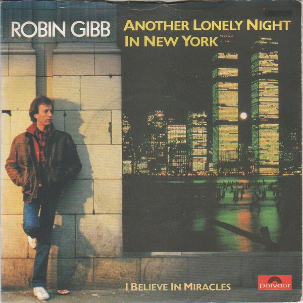 ・アーティスト Robin Gibb ・タイトル Another Lonely Night In New York ・レーベル・型番 Polydor POSP668 ・フォーマット 7インチレコード ・コンディション(盤) 良い (VG+) ・コンディション(ジャケット) 良い (VG+) ・コンディション(帯) オビなし ・特記事項 サンプル画像です。実際の商品の画像ではありません 商品写真はバーコード/カタログ番号に対応したサンプル画像ですので、お送りする商品の画像ではありません。帯やライナーなどの付属品は、特記事項に記載されている場合のみ含まれます。プロモやカラーレコードなどの仕様についても、該当する場合のみ特記事項に記載しています。 【ご購入前に必ずご確認ください】 ・本店サイト(www.recordcity.jp)とは価格、送料が違います ・本店サイト、その他支店のオーダーとは同梱発送できません ・注文確定後に別の注文を頂いた場合、注文同士の同梱は致しかねます。 ・別倉庫から発送しているため、店頭受け渡しは対応しておりません ・一部商品は他の通販サイトでも販売しているため、ご注文のタイミングによっては商品のご用意ができない場合がございます。 ・土日祝日はお休みです 金曜・祝前日9時以降のご連絡またはご入金は、返答または発送が週明け・祝日明けに順次対応となります。 ・ご購入後のキャンセル不可 ご購入後のキャンセルはいかなる理由においてもお受けできません。ご了承の上、ご購入くださいませ。 ・日本郵便(ゆうパック/ゆうメール)によるお届けになります。 ・中古品であることをご理解ください 当ストアでは中古商品を主に販売しております。中古品であることをご理解の上ご購入ください。また、一部商品はRecordCityオンラインストアで試聴可能です。 ・返品について お客様のご都合による返品は一切承っておりません。 表記の内容と実際の商品に相違がある場合、また針飛び等で返品・返金をご希望される場合は、商品の到着後1週間以内にご連絡ください。商品の返送をこちらで確認後、キャンセル・返金を行います。 コンディションVG以下の商品は返品できません。プレイに影響のない表面のこすれ傷、プレス起因のノイズ盤は返品の対象外です。 【コンディション表記】 ・ほぼ新品(M-)(Like New) 完全な新品。未使用。当店ではほぼ使用しません ・非常に良い(EX)(Excellent) 中古盤として美品な状態。わずかな経年を感じるものの傷みを感じさせない、当店基準で最高の状態 ・良い(VG+)(Very Good Plus) 丁寧に扱われた中古品で、軽い使用感がみられる。 ・可(VG)(Acceptable) 使い込まれた中古品で、「良い」よりもさらに使用感がみられる。 ・悪い(VG-)(Bad) 状態が悪いアイテム。使用の保障はなく、再生不可、針飛び、目立つノイズがあるかもしれない。状態によるクレーム不可。返品不可。 ・非常に悪い(G)(Very Bad) 「悪い」よりさらに状態が悪いアイテム。使用の保障はなく、再生不可、針飛び、目立つノイズがあるかもしれない。状態によるクレーム不可。返品不可。 ・ジャンク(Fair)(Junk/Fair) 割れている、反っている、水ダメージがある、カビ、ジャケットが分離している、ひどい書き込み、ひどい擦れなど最低の状態。使用の保障はなく、再生不可、針飛び、目立つノイズがあるかもしれない。状態によるクレーム不可。返品不可。 ・ジャンク(Poor)(Junk/Poor) 割れている、反っている、水ダメージがある、カビ、ジャケットが分離している、ひどい書き込み、ひどい擦れなど最低の状態。使用の保障はなく、再生不可、針飛び、目立つノイズがあるかもしれない。状態によるクレーム不可。返品不可。