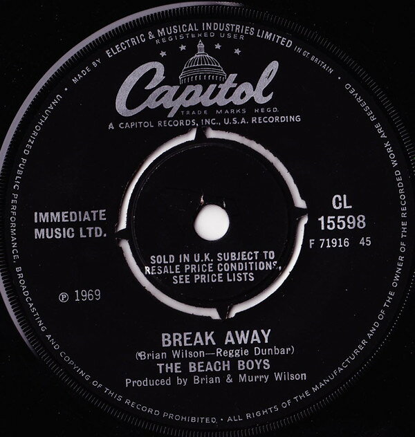 ・アーティスト Beach Boys ・タイトル Break Away / Celebrate The News ・レーベル・型番 Capitol Records CL15598 ・フォーマット 7インチレコード ・コンディション(盤) 可 (VG) ・コンディション(ジャケット) プレインカバー（元ジャケット／カバー無し） ・コンディション(帯) オビなし ・特記事項 【盤に薄い跡】【カバー酷い変色】 サンプル画像です。実際の商品の画像ではありません 商品写真はバーコード/カタログ番号に対応したサンプル画像ですので、お送りする商品の画像ではありません。帯やライナーなどの付属品は、特記事項に記載されている場合のみ含まれます。プロモやカラーレコードなどの仕様についても、該当する場合のみ特記事項に記載しています。 【ご購入前に必ずご確認ください】 ・本店サイト(www.recordcity.jp)とは価格、送料が違います ・本店サイト、その他支店のオーダーとは同梱発送できません ・注文確定後に別の注文を頂いた場合、注文同士の同梱は致しかねます。 ・別倉庫から発送しているため、店頭受け渡しは対応しておりません ・一部商品は他の通販サイトでも販売しているため、ご注文のタイミングによっては商品のご用意ができない場合がございます。 ・土日祝日はお休みです 金曜・祝前日9時以降のご連絡またはご入金は、返答または発送が週明け・祝日明けに順次対応となります。 ・ご購入後のキャンセル不可 ご購入後のキャンセルはいかなる理由においてもお受けできません。ご了承の上、ご購入くださいませ。 ・日本郵便(ゆうパック/ゆうメール)によるお届けになります。 ・中古品であることをご理解ください 当ストアでは中古商品を主に販売しております。中古品であることをご理解の上ご購入ください。また、一部商品はRecordCityオンラインストアで試聴可能です。 ・返品について お客様のご都合による返品は一切承っておりません。 表記の内容と実際の商品に相違がある場合、また針飛び等で返品・返金をご希望される場合は、商品の到着後1週間以内にご連絡ください。商品の返送をこちらで確認後、キャンセル・返金を行います。 コンディションVG以下の商品は返品できません。プレイに影響のない表面のこすれ傷、プレス起因のノイズ盤は返品の対象外です。 【コンディション表記】 ・ほぼ新品(M-)(Like New) 完全な新品。未使用。当店ではほぼ使用しません ・非常に良い(EX)(Excellent) 中古盤として美品な状態。わずかな経年を感じるものの傷みを感じさせない、当店基準で最高の状態 ・良い(VG+)(Very Good Plus) 丁寧に扱われた中古品で、軽い使用感がみられる。 ・可(VG)(Acceptable) 使い込まれた中古品で、「良い」よりもさらに使用感がみられる。 ・悪い(VG-)(Bad) 状態が悪いアイテム。使用の保障はなく、再生不可、針飛び、目立つノイズがあるかもしれない。状態によるクレーム不可。返品不可。 ・非常に悪い(G)(Very Bad) 「悪い」よりさらに状態が悪いアイテム。使用の保障はなく、再生不可、針飛び、目立つノイズがあるかもしれない。状態によるクレーム不可。返品不可。 ・ジャンク(Fair)(Junk/Fair) 割れている、反っている、水ダメージがある、カビ、ジャケットが分離している、ひどい書き込み、ひどい擦れなど最低の状態。使用の保障はなく、再生不可、針飛び、目立つノイズがあるかもしれない。状態によるクレーム不可。返品不可。 ・ジャンク(Poor)(Junk/Poor) 割れている、反っている、水ダメージがある、カビ、ジャケットが分離している、ひどい書き込み、ひどい擦れなど最低の状態。使用の保障はなく、再生不可、針飛び、目立つノイズがあるかもしれない。状態によるクレーム不可。返品不可。
