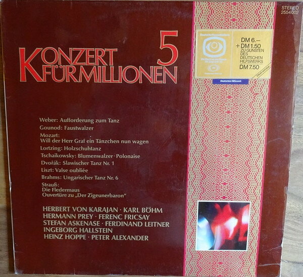 ・アーティスト Various ・タイトル Konzert F?r Millionen 5 ・レーベル・型番 Deutsche Grammophon 2554002 ・フォーマット LPレコード ・コンディション(盤) 非常に良い(EX) ・コンディション(ジャケット) 良い (VG+) ・コンディション(帯) オビなし ・特記事項 サンプル画像です。実際の商品の画像ではありません 商品写真はバーコード/カタログ番号に対応したサンプル画像ですので、お送りする商品の画像ではありません。帯やライナーなどの付属品は、特記事項に記載されている場合のみ含まれます。プロモやカラーレコードなどの仕様についても、該当する場合のみ特記事項に記載しています。 【ご購入前に必ずご確認ください】 ・本店サイト(www.recordcity.jp)とは価格、送料が違います ・本店サイト、その他支店のオーダーとは同梱発送できません ・注文確定後に別の注文を頂いた場合、注文同士の同梱は致しかねます。 ・別倉庫から発送しているため、店頭受け渡しは対応しておりません ・一部商品は他の通販サイトでも販売しているため、ご注文のタイミングによっては商品のご用意ができない場合がございます。 ・土日祝日はお休みです 金曜・祝前日9時以降のご連絡またはご入金は、返答または発送が週明け・祝日明けに順次対応となります。 ・ご購入後のキャンセル不可 ご購入後のキャンセルはいかなる理由においてもお受けできません。ご了承の上、ご購入くださいませ。 ・日本郵便(ゆうパック/ゆうメール)によるお届けになります。 ・中古品であることをご理解ください 当ストアでは中古商品を主に販売しております。中古品であることをご理解の上ご購入ください。また、一部商品はRecordCityオンラインストアで試聴可能です。 ・返品について お客様のご都合による返品は一切承っておりません。 表記の内容と実際の商品に相違がある場合、また針飛び等で返品・返金をご希望される場合は、商品の到着後1週間以内にご連絡ください。商品の返送をこちらで確認後、キャンセル・返金を行います。 コンディションVG以下の商品は返品できません。プレイに影響のない表面のこすれ傷、プレス起因のノイズ盤は返品の対象外です。 【コンディション表記】 ・ほぼ新品(M-)(Like New) 完全な新品。未使用。当店ではほぼ使用しません ・非常に良い(EX)(Excellent) 中古盤として美品な状態。わずかな経年を感じるものの傷みを感じさせない、当店基準で最高の状態 ・良い(VG+)(Very Good Plus) 丁寧に扱われた中古品で、軽い使用感がみられる。 ・可(VG)(Acceptable) 使い込まれた中古品で、「良い」よりもさらに使用感がみられる。 ・悪い(VG-)(Bad) 状態が悪いアイテム。使用の保障はなく、再生不可、針飛び、目立つノイズがあるかもしれない。状態によるクレーム不可。返品不可。 ・非常に悪い(G)(Very Bad) 「悪い」よりさらに状態が悪いアイテム。使用の保障はなく、再生不可、針飛び、目立つノイズがあるかもしれない。状態によるクレーム不可。返品不可。 ・ジャンク(Fair)(Junk/Fair) 割れている、反っている、水ダメージがある、カビ、ジャケットが分離している、ひどい書き込み、ひどい擦れなど最低の状態。使用の保障はなく、再生不可、針飛び、目立つノイズがあるかもしれない。状態によるクレーム不可。返品不可。 ・ジャンク(Poor)(Junk/Poor) 割れている、反っている、水ダメージがある、カビ、ジャケットが分離している、ひどい書き込み、ひどい擦れなど最低の状態。使用の保障はなく、再生不可、針飛び、目立つノイズがあるかもしれない。状態によるクレーム不可。返品不可。