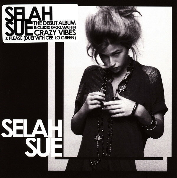 ・アーティスト Selah Sue ・タイトル Selah Sue ・レーベル・型番 BECAUSE MUSIC 825646740529 ・フォーマット CD ・コンディション(盤) 良い (VG+) ・コンディション(ジャケット) ・コンディション(帯) オビなし ・特記事項 【盤に小さいキズ】【ツメ折れ/破損】 サンプル画像です。実際の商品の画像ではありません 商品写真はバーコード/カタログ番号に対応したサンプル画像ですので、お送りする商品の画像ではありません。帯やライナーなどの付属品は、特記事項に記載されている場合のみ含まれます。プロモやカラーレコードなどの仕様についても、該当する場合のみ特記事項に記載しています。 【ご購入前に必ずご確認ください】 ・本店サイト(www.recordcity.jp)とは価格、送料が違います ・本店サイト、その他支店のオーダーとは同梱発送できません ・注文確定後に別の注文を頂いた場合、注文同士の同梱は致しかねます。 ・別倉庫から発送しているため、店頭受け渡しは対応しておりません ・一部商品は他の通販サイトでも販売しているため、ご注文のタイミングによっては商品のご用意ができない場合がございます。 ・土日祝日はお休みです 金曜・祝前日9時以降のご連絡またはご入金は、返答または発送が週明け・祝日明けに順次対応となります。 ・ご購入後のキャンセル不可 ご購入後のキャンセルはいかなる理由においてもお受けできません。ご了承の上、ご購入くださいませ。 ・日本郵便(ゆうパック/ゆうメール)によるお届けになります。 ・中古品であることをご理解ください 当ストアでは中古商品を主に販売しております。中古品であることをご理解の上ご購入ください。また、一部商品はRecordCityオンラインストアで試聴可能です。 ・返品について お客様のご都合による返品は一切承っておりません。 表記の内容と実際の商品に相違がある場合、また針飛び等で返品・返金をご希望される場合は、商品の到着後1週間以内にご連絡ください。商品の返送をこちらで確認後、キャンセル・返金を行います。 コンディションVG以下の商品は返品できません。プレイに影響のない表面のこすれ傷、プレス起因のノイズ盤は返品の対象外です。 【コンディション表記】 ・ほぼ新品(M-)(Like New) 完全な新品。未使用。当店ではほぼ使用しません ・非常に良い(EX)(Excellent) 中古盤として美品な状態。わずかな経年を感じるものの傷みを感じさせない、当店基準で最高の状態 ・良い(VG+)(Very Good Plus) 丁寧に扱われた中古品で、軽い使用感がみられる。 ・可(VG)(Acceptable) 使い込まれた中古品で、「良い」よりもさらに使用感がみられる。 ・悪い(VG-)(Bad) 状態が悪いアイテム。使用の保障はなく、再生不可、針飛び、目立つノイズがあるかもしれない。状態によるクレーム不可。返品不可。 ・非常に悪い(G)(Very Bad) 「悪い」よりさらに状態が悪いアイテム。使用の保障はなく、再生不可、針飛び、目立つノイズがあるかもしれない。状態によるクレーム不可。返品不可。 ・ジャンク(Fair)(Junk/Fair) 割れている、反っている、水ダメージがある、カビ、ジャケットが分離している、ひどい書き込み、ひどい擦れなど最低の状態。使用の保障はなく、再生不可、針飛び、目立つノイズがあるかもしれない。状態によるクレーム不可。返品不可。 ・ジャンク(Poor)(Junk/Poor) 割れている、反っている、水ダメージがある、カビ、ジャケットが分離している、ひどい書き込み、ひどい擦れなど最低の状態。使用の保障はなく、再生不可、針飛び、目立つノイズがあるかもしれない。状態によるクレーム不可。返品不可。