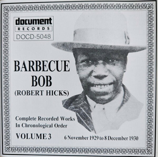 ・アーティスト Barbecue Bob ・タイトル Complete Recorded Works In Chronological Order, Volume 3 -- 6 November 1929 To 8 December 1930 ・レーベル・型番 DOCUMENT DOCD5048 ・フォーマット CD ・コンディション(盤) 良い (VG+) ・コンディション(ジャケット) ・コンディション(帯) オビなし ・特記事項 【盤に目立ったキズ】【ケース擦れ】 サンプル画像です。実際の商品の画像ではありません 商品写真はバーコード/カタログ番号に対応したサンプル画像ですので、お送りする商品の画像ではありません。帯やライナーなどの付属品は、特記事項に記載されている場合のみ含まれます。プロモやカラーレコードなどの仕様についても、該当する場合のみ特記事項に記載しています。 【ご購入前に必ずご確認ください】 ・本店サイト(www.recordcity.jp)とは価格、送料が違います ・本店サイト、その他支店のオーダーとは同梱発送できません ・注文確定後に別の注文を頂いた場合、注文同士の同梱は致しかねます。 ・別倉庫から発送しているため、店頭受け渡しは対応しておりません ・一部商品は他の通販サイトでも販売しているため、ご注文のタイミングによっては商品のご用意ができない場合がございます。 ・土日祝日はお休みです 金曜・祝前日9時以降のご連絡またはご入金は、返答または発送が週明け・祝日明けに順次対応となります。 ・ご購入後のキャンセル不可 ご購入後のキャンセルはいかなる理由においてもお受けできません。ご了承の上、ご購入くださいませ。 ・日本郵便(ゆうパック/ゆうメール)によるお届けになります。 ・中古品であることをご理解ください 当ストアでは中古商品を主に販売しております。中古品であることをご理解の上ご購入ください。また、一部商品はRecordCityオンラインストアで試聴可能です。 ・返品について お客様のご都合による返品は一切承っておりません。 表記の内容と実際の商品に相違がある場合、また針飛び等で返品・返金をご希望される場合は、商品の到着後1週間以内にご連絡ください。商品の返送をこちらで確認後、キャンセル・返金を行います。 コンディションVG以下の商品は返品できません。プレイに影響のない表面のこすれ傷、プレス起因のノイズ盤は返品の対象外です。 【コンディション表記】 ・ほぼ新品(M-)(Like New) 完全な新品。未使用。当店ではほぼ使用しません ・非常に良い(EX)(Excellent) 中古盤として美品な状態。わずかな経年を感じるものの傷みを感じさせない、当店基準で最高の状態 ・良い(VG+)(Very Good Plus) 丁寧に扱われた中古品で、軽い使用感がみられる。 ・可(VG)(Acceptable) 使い込まれた中古品で、「良い」よりもさらに使用感がみられる。 ・悪い(VG-)(Bad) 状態が悪いアイテム。使用の保障はなく、再生不可、針飛び、目立つノイズがあるかもしれない。状態によるクレーム不可。返品不可。 ・非常に悪い(G)(Very Bad) 「悪い」よりさらに状態が悪いアイテム。使用の保障はなく、再生不可、針飛び、目立つノイズがあるかもしれない。状態によるクレーム不可。返品不可。 ・ジャンク(Fair)(Junk/Fair) 割れている、反っている、水ダメージがある、カビ、ジャケットが分離している、ひどい書き込み、ひどい擦れなど最低の状態。使用の保障はなく、再生不可、針飛び、目立つノイズがあるかもしれない。状態によるクレーム不可。返品不可。 ・ジャンク(Poor)(Junk/Poor) 割れている、反っている、水ダメージがある、カビ、ジャケットが分離している、ひどい書き込み、ひどい擦れなど最低の状態。使用の保障はなく、再生不可、針飛び、目立つノイズがあるかもしれない。状態によるクレーム不可。返品不可。
