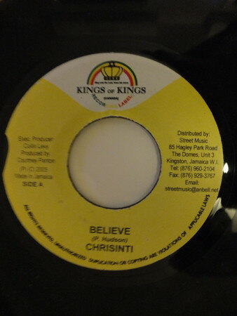 ・アーティスト Chrisinti, Empress Tashi ・タイトル Believe / Empress Tashi ・レーベル・型番 Kings of Kings NONE ・フォーマット 7インチレコード ・コンディション(盤) 非常に良い(EX) ・コンディション(ジャケット) ・コンディション(帯) オビなし ・特記事項 【EX B:WOL 】 サンプル画像です。実際の商品の画像ではありません 商品写真はバーコード/カタログ番号に対応したサンプル画像ですので、お送りする商品の画像ではありません。帯やライナーなどの付属品は、特記事項に記載されている場合のみ含まれます。プロモやカラーレコードなどの仕様についても、該当する場合のみ特記事項に記載しています。 【ご購入前に必ずご確認ください】 ・本店サイト(www.recordcity.jp)とは価格、送料が違います ・本店サイト、その他支店のオーダーとは同梱発送できません ・注文確定後に別の注文を頂いた場合、注文同士の同梱は致しかねます。 ・別倉庫から発送しているため、店頭受け渡しは対応しておりません ・一部商品は他の通販サイトでも販売しているため、ご注文のタイミングによっては商品のご用意ができない場合がございます。 ・土日祝日はお休みです 金曜・祝前日9時以降のご連絡またはご入金は、返答または発送が週明け・祝日明けに順次対応となります。 ・ご購入後のキャンセル不可 ご購入後のキャンセルはいかなる理由においてもお受けできません。ご了承の上、ご購入くださいませ。 ・日本郵便(ゆうパック/ゆうメール)によるお届けになります。 ・中古品であることをご理解ください 当ストアでは中古商品を主に販売しております。中古品であることをご理解の上ご購入ください。また、一部商品はRecordCityオンラインストアで試聴可能です。 ・返品について お客様のご都合による返品は一切承っておりません。 表記の内容と実際の商品に相違がある場合、また針飛び等で返品・返金をご希望される場合は、商品の到着後1週間以内にご連絡ください。商品の返送をこちらで確認後、キャンセル・返金を行います。 コンディションVG以下の商品は返品できません。プレイに影響のない表面のこすれ傷、プレス起因のノイズ盤は返品の対象外です。 【コンディション表記】 ・ほぼ新品(M-)(Like New) 完全な新品。未使用。当店ではほぼ使用しません ・非常に良い(EX)(Excellent) 中古盤として美品な状態。わずかな経年を感じるものの傷みを感じさせない、当店基準で最高の状態 ・良い(VG+)(Very Good Plus) 丁寧に扱われた中古品で、軽い使用感がみられる。 ・可(VG)(Acceptable) 使い込まれた中古品で、「良い」よりもさらに使用感がみられる。 ・悪い(VG-)(Bad) 状態が悪いアイテム。使用の保障はなく、再生不可、針飛び、目立つノイズがあるかもしれない。状態によるクレーム不可。返品不可。 ・非常に悪い(G)(Very Bad) 「悪い」よりさらに状態が悪いアイテム。使用の保障はなく、再生不可、針飛び、目立つノイズがあるかもしれない。状態によるクレーム不可。返品不可。 ・ジャンク(Fair)(Junk/Fair) 割れている、反っている、水ダメージがある、カビ、ジャケットが分離している、ひどい書き込み、ひどい擦れなど最低の状態。使用の保障はなく、再生不可、針飛び、目立つノイズがあるかもしれない。状態によるクレーム不可。返品不可。 ・ジャンク(Poor)(Junk/Poor) 割れている、反っている、水ダメージがある、カビ、ジャケットが分離している、ひどい書き込み、ひどい擦れなど最低の状態。使用の保障はなく、再生不可、針飛び、目立つノイズがあるかもしれない。状態によるクレーム不可。返品不可。