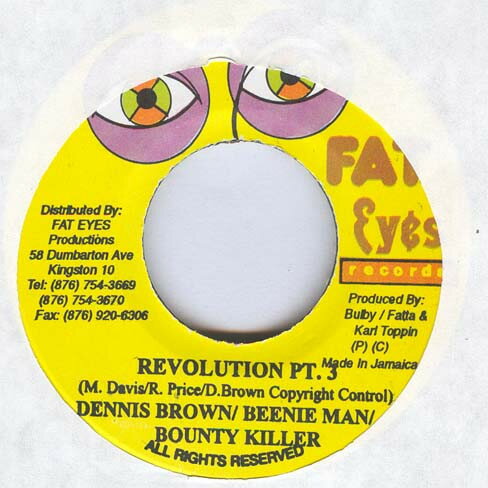 ・アーティスト Dennis Brown, Beenie Man & Bounty Killer ・タイトル Revolution Pt. 3 ・レーベル・型番 Fat Eyes Records NONE ・フォーマット 7インチレコード ・コンディション(盤) 良い (VG+) ・コンディション(ジャケット) ・コンディション(帯) オビなし ・特記事項 【EX-/SEW/scuff 】 サンプル画像です。実際の商品の画像ではありません 商品写真はバーコード/カタログ番号に対応したサンプル画像ですので、お送りする商品の画像ではありません。帯やライナーなどの付属品は、特記事項に記載されている場合のみ含まれます。プロモやカラーレコードなどの仕様についても、該当する場合のみ特記事項に記載しています。 【ご購入前に必ずご確認ください】 ・本店サイト(www.recordcity.jp)とは価格、送料が違います ・本店サイト、その他支店のオーダーとは同梱発送できません ・注文確定後に別の注文を頂いた場合、注文同士の同梱は致しかねます。 ・別倉庫から発送しているため、店頭受け渡しは対応しておりません ・一部商品は他の通販サイトでも販売しているため、ご注文のタイミングによっては商品のご用意ができない場合がございます。 ・土日祝日はお休みです 金曜・祝前日9時以降のご連絡またはご入金は、返答または発送が週明け・祝日明けに順次対応となります。 ・ご購入後のキャンセル不可 ご購入後のキャンセルはいかなる理由においてもお受けできません。ご了承の上、ご購入くださいませ。 ・日本郵便(ゆうパック/ゆうメール)によるお届けになります。 ・中古品であることをご理解ください 当ストアでは中古商品を主に販売しております。中古品であることをご理解の上ご購入ください。また、一部商品はRecordCityオンラインストアで試聴可能です。 ・返品について お客様のご都合による返品は一切承っておりません。 表記の内容と実際の商品に相違がある場合、また針飛び等で返品・返金をご希望される場合は、商品の到着後1週間以内にご連絡ください。商品の返送をこちらで確認後、キャンセル・返金を行います。 コンディションVG以下の商品は返品できません。プレイに影響のない表面のこすれ傷、プレス起因のノイズ盤は返品の対象外です。 【コンディション表記】 ・ほぼ新品(M-)(Like New) 完全な新品。未使用。当店ではほぼ使用しません ・非常に良い(EX)(Excellent) 中古盤として美品な状態。わずかな経年を感じるものの傷みを感じさせない、当店基準で最高の状態 ・良い(VG+)(Very Good Plus) 丁寧に扱われた中古品で、軽い使用感がみられる。 ・可(VG)(Acceptable) 使い込まれた中古品で、「良い」よりもさらに使用感がみられる。 ・悪い(VG-)(Bad) 状態が悪いアイテム。使用の保障はなく、再生不可、針飛び、目立つノイズがあるかもしれない。状態によるクレーム不可。返品不可。 ・非常に悪い(G)(Very Bad) 「悪い」よりさらに状態が悪いアイテム。使用の保障はなく、再生不可、針飛び、目立つノイズがあるかもしれない。状態によるクレーム不可。返品不可。 ・ジャンク(Fair)(Junk/Fair) 割れている、反っている、水ダメージがある、カビ、ジャケットが分離している、ひどい書き込み、ひどい擦れなど最低の状態。使用の保障はなく、再生不可、針飛び、目立つノイズがあるかもしれない。状態によるクレーム不可。返品不可。 ・ジャンク(Poor)(Junk/Poor) 割れている、反っている、水ダメージがある、カビ、ジャケットが分離している、ひどい書き込み、ひどい擦れなど最低の状態。使用の保障はなく、再生不可、針飛び、目立つノイズがあるかもしれない。状態によるクレーム不可。返品不可。